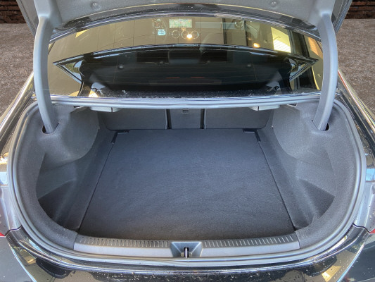 [all]12 Monate Garantie / Gratisservice 10 Jahre oder 100'000 Km ab 1.Inv. / zzgl. Ablieferungspauschale CHF 540.-[/all]


[all]

[/all]&nbsp; AMG Hecksch&uuml;rze mit Chromzierelement und sichtbaren EndrohrblendenAMG VeloursfussmattenAirbag: Airbag Fahrer und BeifahrerAirbag: Automatische Beifahrerairbag-AbschaltungAirbag: Knie-Airbag f&uuml;r FahrerAirbag: Sidebags f&uuml;r Fahrer und Beifahrer (kombinierte Thorax-Pelvis-Airbags)Airbag: Window-KopfairbagsAntiblockiersystem (ABS)Assist: Aktiver BremssassistentAssist: Aktiver Spurhalte-AssistentAssist: Mercedes-Benz NotrufsystemAssist: R&uuml;ckfahrkameraAssist: TEMPOMAT mit LimiterDYNAMIC SELECTDoppelcupholder vorneElektronisches Stabilit&auml;ts-Programm (ESP) mit Antriebsschlupfregel ASRErste-Hilfe-Kasten und WarndreieckGarantie: MERCEDES-SWISS-INTEGRAL PaketGetriebe: Automatisches Doppelkupplungsgetriebe 7G-DCTKlima: Klimatisierungsautomatik THERMATICLicht- und SichtpaketMERCEDES-BENZ MOBILIT&Auml;TMERCEDES-SWISS-INTEGRALMedia: Digitaler Radioempfang (DAB/DAB+)Media: Kommunikationsmodul (LTE) zur Nutzung von Mercedes me connect DienstenMedia: TouchpadParameterlenkungPolster: Ledernachbildung ARTICO/Mikrofaser DINAMICARegensensor f&uuml;r Scheibenwischer vorneReifendruck-KontrollanzeigeRemote ServicesR&auml;der: AMG Leichtmetallr&auml;der im 5-Doppelspeichen Design 18JR&auml;der: Reifenreparatur-Set (Tire Fit)Sitze: Vordersitze manuell verstellbar Assist: VerkehrszeichenerkennungDachhimmel schwarzDekor: Zierelemente Aluminium mit L&auml;ngsschliff hellInnenspiegel und Aussenspiegel links automatisch abblendendKlima: Klimatisierungsautomatik THERMOTRONICLackierung: Metallic-LackierungLicht: Adaptiver Fernlicht-Assistent PlusLicht: MULTIBEAM LED ScheinwerferMedia: Vorr&uuml;stung f&uuml;r NavigationsdienstePaket: Fahrassistenz-Paket ohne PRE-SAFEAssist: Aktiver Geschwindigkeitslimit-AssistentAssist: Aktiver Lenk-AssistentAssist: Aktiver Park-Assistent mit DISTRONICAssist: Aktiver Spurwechsel-AssistentAssist: Automatische Wiederanfahrt im StauAssist: Streckenbasierte GeschwindigkeitsanpassungPaket: KEYLESS-GO Komfort-PaketHANDS-FREE ACCESSKEYLESS-GOPaket: Park-Paket mit 360 -KameraPaket: Premium-PaketAmbientebeleuchtungBeleuchtete Einstiegsleisten mit Mercedes-Benz Schriftzug und WechselcoverDigitales 10-Zoll-InstrumentendisplayMedia: 10-Zoll-Media-DisplayMedia: FestplattennavigationPaket: KEYLESS-GO Komfort-PaketPaket: Park-Paket mit R&uuml;ckfahrkamera inkl.Paket: Spiegel-PaketSitze: Vordersitze heizbarPaket: Spiegel-PaketPanorama-SchiebedachR&auml;der: AMG Leichtmetallr&auml;der im Vielspeichen-Design 19JR&auml;der: SommerreifenSitze: Mittelarmlehne hintenSitze: R&uuml;cksitzlehne geteilt abklappbarW&auml;rmed&auml;mmendes Glas, ab B-S&auml;ule dunkel get&ouml;nt