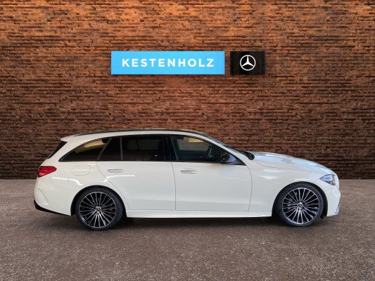 [all]12 Monate Garantie / Gratisservice 10 Jahre oder 100'000 Km ab 1.Inv. / zzgl. Ablieferungspauschale CHF 540.-[/all]


[all]

[/all]&nbsp; AMG Hintere Stossstange mit Diffusoroptik und schwarzen EinlagenAMG LineAMG Seitenverkleidungen in FahrzeugfarbeAMG Vordere Stossstange mit sportlichen Lufteinl&auml;ssen und ChromelementenAirbag: Airbag Fahrer und BeifahrerAirbag: Seitenairbag f&uuml;r Fahrer und BeifahrerAirbag: Window-Kopfairbags f&uuml;r Fahrer, BeifahrerAntiblockiersystem (ABS)Assist: Aktiver BremssassistentAssist: Aktiver Spurhalte-AssistentAssist: Elektronisches Stabilit&auml;ts-Programm (ESP)Assist: Scheibenwischerbl&auml;tter mit RegensensorAssist: TempomatDachreling in poliertem AluminiumDekor: Mittelkonsole in HochglanzschwarzDekor: Zierelemente MetallstrukturDoppelcupholderEASY-PACK-HeckklappeFahrwerk: DYNAMIC SELECTGetriebe: 9G-TRONIC AutomatikIntegrierter Startergenerator der zweiten GenerationKEYLESS GO Start FunktionLackierung: Uni-Lackierung PolarweissLaderaumabdeckung inklusive EASY-PACK SicherheitsnetzMERCEDES-BENZ MOBILIT&Auml;TMERCEDES-SWISS-INTEGRALMedia: MBUX MultimediasystemMedia: Media Display (11,9 Zoll)Paket: Advantage-PaketPaket: BasispaketPaket: Innenraumlicht-PaketPolster: ARTICO/DINAMICA schwarzPowerdomes auf MotorhaubeRemote ServicesR&auml;der: AMG 18'' Leichtmetallr&auml;der im 5-Speichen-DesignServolenkung geschwindigkeitsabh&auml;ngig Assist: Verkehrszeichen-AssistentDachhimmel schwarzDekor: Aluminium schwarz offenporig, Zierelemente HolzPaket: Fahrassistenz-Paket PlusAssist: Aktive Abstands-Assistent DISTRONICAssist: PRE-SAFE Impuls SeiteAssist: PRE-SAFE SystemPaket: Premium-Executive-PaketPaket: Premium-PaketPaket: Sport-Paket BlackAMG Frontsch&uuml;rze mit Zierelementen (Fl&uuml;ge) in HochglanzschwarzAussenspiegelgeh&auml;use in HochglanzschwarzDiamantgrill mit Pins in Silber und Einzellamelle in Hochglanzschwarz lackiertHintere Stossstange mit Zierelementen (Fl&uuml;ge) in HochglanzschwarzPanorama-SchiebedachPolster: Leder schwarz