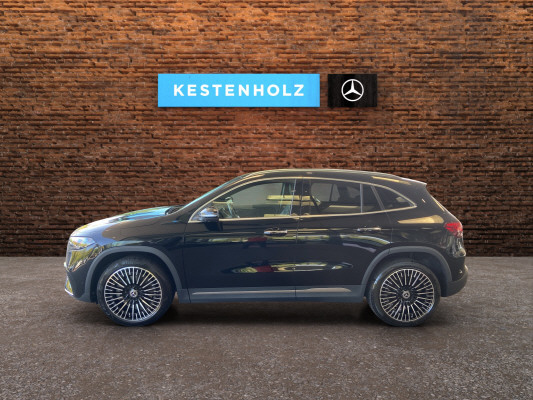[all]12 Monate Garantie / Gratisservice 10 Jahre oder 100'000 Km ab 1.Inv. / zzgl. Ablieferungspauschale CHF 540.-[/all]


[all]

[/all]&nbsp; Airbag: Airbag Fahrer und BeifahrerAirbag: Seitenairbag f&uuml;r Fahrer und BeifahrerAirbag: Window-Kopfairbags f&uuml;r Fahrer, BeifahrerAmbientebeleuchtungAntiblockiersystem (ABS)Assist: Aktiver BremssassistentAssist: Aktiver Spurhalte-AssistentAssist: Elektronisches Stabilit&auml;ts-Programm (ESP)Assist: Geschwindigkeitslimit-AssistentAssist: R&uuml;ckfahrkameraAssist: Vorr&uuml;stung f&uuml;r OrtungsdienstDachreling in poliertem AluminiumDoppelcupholderEASY-PACK-HeckklappeFahrzeugschl&uuml;ssel: 2 silberfarbenGleichstrom-Ladesystem (DC-Laden) mit 110 kWLackierung: Uni-Lackierung PolarweissLadekabel f&uuml;r Industriesteckdose, 5m, glattLadekabel f&uuml;r Wallbox und &ouml;ffentliche Ladestationen, 5 m, glatt, 11 kWLicht: Adaptiver Fernlicht-Assistent PlusLicht: LED High Performance-ScheinwerferMERCEDES-BENZ MOBILIT&Auml;TMERCEDES-SWISS-INTEGRALMedia: Digitales Radio (DAB)Media: MBUX Multimediasystem mit zwei 7,25-Zoll-MediadisplaysMedia: Vorr&uuml;stung f&uuml;r das Fahrzeug-SetupPaket: Komfort-PaketPaket: Laderaum-PaketPaket: Licht- und SichtpaketPolster: Ledernachbildung ARTICO/Mikrofaser DINAMICA schwarzR&auml;der: TIREFITServolenkungVorr&uuml;stung f&uuml;r IONITYVorr&uuml;stung f&uuml;r Mercedes me ChargeWechselstromsystem (AC-Laden) Lackierung: Uni-Lackierung SchwarzPaket: Premium-PaketMedia: Kabelloses Ladesystem f&uuml;r mobile Ger&auml;teMedia: MBUX Augmented Reality f&uuml;r NavigationMedia: Soundsystem AdvancedPaket: Advantage-PaketPaket: KEYLESS-GO-PaketSitze: Sitzheizung f&uuml;r Fahrer und Beifahrer
