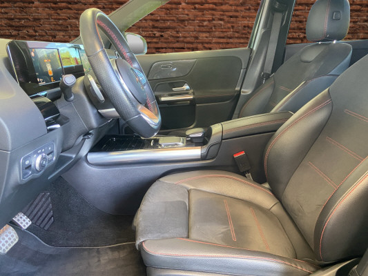 [all]12 Monate Garantie / zzgl. Ablieferungspauschale CHF 540.-[/all]


[all]

[/all]&nbsp; Airbag: Airbag Beifahrer deaktivierbarAirbag: Airbag Fahrer und BeifahrerAirbag: Head-/Thorax-SidebagsAirbag: Knie-Airbag f&uuml;r FahrerAirbag: Seitenairbag f&uuml;r Fahrer und BeifahrerAntiblockiersystem (ABS)Assist: Aktiver BremssassistentAssist: Aktiver Spurhalte-AssistentAssist: TEMPOMAT mit LimiterDekor: Zierelemente mit CarbonstrukturECO Start-Stopp-FunktionElektronisches Stabilit&auml;ts-Programm (ESP)Erste-Hilfe-Kasten und WarndreieckFahrzeugschl&uuml;ssel mit dekorativer ChromeinfassungGarantie: MERCEDES-SWISS-INTEGRALGep&auml;cknetz im BeifahrerfussraumGetriebe: Automatisches Doppelkupplungsgetriebe 8G-DCTKEYLESS GO Start FunktionLackierung: Uni-Lackierung PolarweissMedia: Digitales Radio (DAB)Polster: Ledernachbildung ARTICO/Mikrofaser DINAMICARegensensor f&uuml;r Scheibenwischer vorneReifendruck-KontrollanzeigeRemote ServicesR&auml;der: AMG Leichtmetallr&auml;der 19" im 5-Doppelspeichen-DesignTIREFIT mit Reifenf&uuml;llkompressor Assist: VerkehrszeichenerkennungLackierung: Uni-LackierungLenkrad: Multifunktions-Sportlenkrad in Leder NappaLicht: LED High Performance-ScheinwerferMedia: FestplattennavigationMedia: Vorr&uuml;stung f&uuml;r Live Traffic InformationMedia: Vorr&uuml;stung f&uuml;r NavigationsdiensteSitze: Sitzheizung f&uuml;r Fahrer und BeifahrerSitze: Sportsitze vorneW&auml;rmed&auml;mmendes Glas, ab B-S&auml;ule dunkel get&ouml;nt