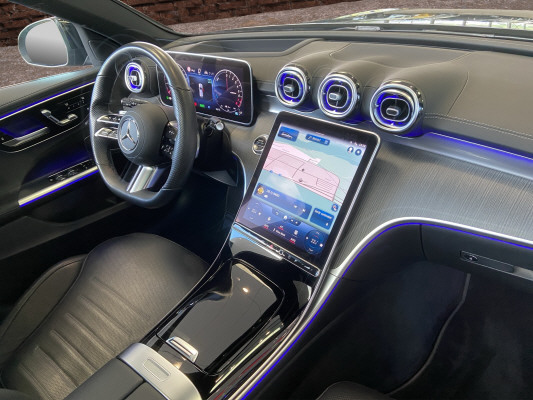 [all]12 Monate Garantie / Gratisservice 10 Jahre oder 100'000 Km ab 1.Inv. / zzgl. Ablieferungspauschale CHF 540.-[/all]


[all]

[/all]&nbsp; AMG Hintere Stossstange mit Diffusoroptik und schwarzen EinlagenAMG LineAMG Seitenverkleidungen in FahrzeugfarbeAMG Vordere Stossstange mit sportlichen Lufteinl&auml;ssen und ChromelementenAirbag: Airbag Fahrer und BeifahrerAirbag: Seitenairbag f&uuml;r Fahrer und BeifahrerAirbag: Window-Kopfairbags f&uuml;r Fahrer, BeifahrerAntiblockiersystem (ABS)Assist: Aktiver BremssassistentAssist: Aktiver Spurhalte-AssistentAssist: Elektronisches Stabilit&auml;ts-Programm (ESP)Assist: Scheibenwischerbl&auml;tter mit RegensensorAssist: TempomatDachreling in poliertem AluminiumDekor: Mittelkonsole in HochglanzschwarzDekor: Zierelemente MetallstrukturDoppelcupholderEASY-PACK-HeckklappeFahrwerk: DYNAMIC SELECTGetriebe: 9G-TRONIC AutomatikIntegrierter Startergenerator der zweiten GenerationKEYLESS GO Start FunktionLackierung: Uni-Lackierung PolarweissLadekabel f&uuml;r Haushaltssteckdose, 5 m, glattLaderaumabdeckung inklusive EASY-PACK SicherheitsnetzMERCEDES-BENZ MOBILIT&Auml;TMERCEDES-SWISS-INTEGRALMedia: MBUX MultimediasystemMedia: Media Display (11,9 Zoll)Paket: Advantage-PaketPaket: BasispaketPaket: Innenraumlicht-PaketPolster: ARTICO/DINAMICA schwarzPowerdomes auf MotorhaubeRemote ServicesR&auml;der: AMG 18'' Leichtmetallr&auml;der im 5-Speichen-DesignServolenkung geschwindigkeitsabh&auml;ngigWechselstrom-Ladesystem 11 kW. Anh&auml;ngevorrichtung mit ESP Anh&auml;ngerstabilisierungAssist: Verkehrszeichen-AssistentDachhimmel schwarzDekor: Linienstruktur anthrazit, Zierelemente Holz LindeLackierung: Metallic-LackierungMedia: Erweitertes SoundsystemPaket: Fahrassistenz-Paket PlusAssist: Aktive Abstands-Assistent DISTRONICAssist: PRE-SAFE Impuls SeiteAssist: PRE-SAFE SystemPaket: Premium-Plus-Executive-PaketPaket: Premium-Plus-PaketPanorama-SchiebedachPolster: Leder schwarzWindschutzscheibenwaschanlage, beheizt