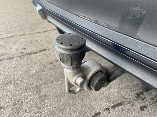 [all]12 Monate Garantie / Gratisservice 10 Jahre oder 100'000 Km ab 1.Inv. / zzgl. Ablieferungspauschale CHF 540.-[/all]


[all]

[/all]&nbsp; AMG Hintere Stossstange mit Diffusoroptik und schwarzen EinlagenAMG LineAMG Seitenverkleidungen in FahrzeugfarbeAMG Vordere Stossstange mit sportlichen Lufteinl&auml;ssen und ChromelementenAirbag: Airbag Fahrer und BeifahrerAirbag: Seitenairbag f&uuml;r Fahrer und BeifahrerAirbag: Window-Kopfairbags f&uuml;r Fahrer, BeifahrerAntiblockiersystem (ABS)Assist: Aktiver BremssassistentAssist: Aktiver Spurhalte-AssistentAssist: Elektronisches Stabilit&auml;ts-Programm (ESP)Assist: Scheibenwischerbl&auml;tter mit RegensensorAssist: TempomatDachreling in poliertem AluminiumDekor: Mittelkonsole in HochglanzschwarzDekor: Zierelemente MetallstrukturDoppelcupholderEASY-PACK-HeckklappeFahrwerk: DYNAMIC SELECTGetriebe: 9G-TRONIC AutomatikIntegrierter Startergenerator der zweiten GenerationKEYLESS GO Start FunktionLackierung: Uni-Lackierung PolarweissLadekabel f&uuml;r Haushaltssteckdose, 5 m, glattLaderaumabdeckung inklusive EASY-PACK SicherheitsnetzMERCEDES-BENZ MOBILIT&Auml;TMERCEDES-SWISS-INTEGRALMedia: MBUX MultimediasystemMedia: Media Display (11,9 Zoll)Paket: Advantage-PaketPaket: BasispaketPaket: Innenraumlicht-PaketPolster: ARTICO/DINAMICA schwarzPowerdomes auf MotorhaubeRemote ServicesR&auml;der: AMG 18'' Leichtmetallr&auml;der im 5-Speichen-DesignServolenkung geschwindigkeitsabh&auml;ngigWechselstrom-Ladesystem 11 kW. Anh&auml;ngevorrichtung mit ESP Anh&auml;ngerstabilisierungAssist: Verkehrszeichen-AssistentDachhimmel schwarzDekor: Linienstruktur anthrazit, Zierelemente Holz LindeLackierung: Metallic-LackierungMedia: Erweitertes SoundsystemPaket: Fahrassistenz-Paket PlusAssist: Aktive Abstands-Assistent DISTRONICAssist: PRE-SAFE Impuls SeiteAssist: PRE-SAFE SystemPaket: Premium-Plus-Executive-PaketPaket: Premium-Plus-PaketPanorama-SchiebedachPolster: Leder schwarzWindschutzscheibenwaschanlage, beheizt