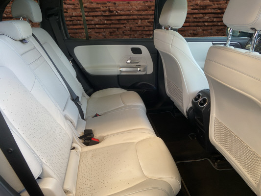 [all]12 Monate Garantie / Gratisservice 10 Jahre oder 100'000 Km ab 1.Inv. / zzgl. Ablieferungspauschale CHF 540.-[/all]


[all]

[/all]&nbsp; Airbag: Airbag Fahrer und BeifahrerAmbientebeleuchtungAntiblockiersystem (ABS)Assist: Aktiver BremssassistentAssist: Aktiver Geschwindigkeitslimit-AssistentAssist: Aktiver Spurwechsel-AssistentAssist: R&uuml;ckfahrkameraAssist: Vorr&uuml;stung f&uuml;r OrtungsdienstAussenring mit Bel&uuml;ftungsd&uuml;sen in Chrom, Dekorelement in Ros&eacute;gold, Innenring mit Bel&uuml;ftungsd&uuml;senDoppelcupholderEASY-PACK-HeckklappeElektronisches Stabilit&auml;ts-Programm (ESP)Lackierung: Uni-LackierungLadekabel f&uuml;r Haushaltssteckdose, 5 m, glattLadekabel f&uuml;r Wallbox und &ouml;ffentliche Ladestationen, 5 m, glatt, 11 kWLicht: Adaptiver Fernlicht-Assistent PlusLicht:LED High Performance-ScheinwerferMERCEDES-BENZ MOBILIT&Auml;TMERCEDES-SWISS-INTEGRALMedia: Digitales Radio (DAB)Media: MBUX Multimediasystem mit zwei 7,25-Zoll-MediadisplaysMedia: Vorr&uuml;stung f&uuml;r das Fahrzeug-SetupPaket: Komfort-PaketPaket: Laderaum-PaketPaket: Licht- und SichtpaketPolster: Polster Leder nevagrau/blau CYBER CUTR&auml;der: AMG Leichtmetallr&auml;der 20" im Vielspeichen-DesignServolenkungSitze: Fondsitze l&auml;ngs verstellbarTIREFIT mit Reifenf&uuml;llkompressorVorr&uuml;stung f&uuml;r IONITYVorr&uuml;stung f&uuml;r Mercedes me Charge Assist: VerkehrszeichenerkennungGleichstrom-Ladesystem (DC-Laden) mit 110 kWLackierung: MANUFAKTUR magno lackierungPaket: Fahrassistenz-PaketPaket: MBUX Innovations-PaketPaket: Memory-PaketPaket: Premium-PaketKEYLESS-GO-PaketMedia: Kabelloses Ladesystem f&uuml;r mobile Ger&auml;teMedia: Soundsystem AdvancedPaket: Advantage-PaketPanorama-SchiebedachW&auml;rmed&auml;mmendes Glas, ab B-S&auml;ule dunkel get&ouml;nt