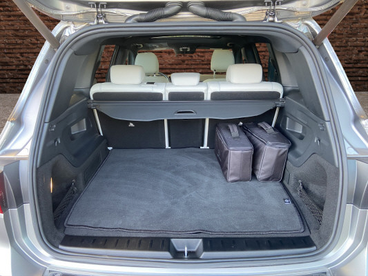 [all]12 Monate Garantie / Gratisservice 10 Jahre oder 100'000 Km ab 1.Inv. / zzgl. Ablieferungspauschale CHF 540.-[/all]


[all]

[/all]&nbsp; Airbag: Airbag Fahrer und BeifahrerAmbientebeleuchtungAntiblockiersystem (ABS)Assist: Aktiver BremssassistentAssist: Aktiver Geschwindigkeitslimit-AssistentAssist: Aktiver Spurwechsel-AssistentAssist: R&uuml;ckfahrkameraAssist: Vorr&uuml;stung f&uuml;r OrtungsdienstAussenring mit Bel&uuml;ftungsd&uuml;sen in Chrom, Dekorelement in Ros&eacute;gold, Innenring mit Bel&uuml;ftungsd&uuml;senDoppelcupholderEASY-PACK-HeckklappeElektronisches Stabilit&auml;ts-Programm (ESP)Lackierung: Uni-LackierungLadekabel f&uuml;r Haushaltssteckdose, 5 m, glattLadekabel f&uuml;r Wallbox und &ouml;ffentliche Ladestationen, 5 m, glatt, 11 kWLicht: Adaptiver Fernlicht-Assistent PlusLicht:LED High Performance-ScheinwerferMERCEDES-BENZ MOBILIT&Auml;TMERCEDES-SWISS-INTEGRALMedia: Digitales Radio (DAB)Media: MBUX Multimediasystem mit zwei 7,25-Zoll-MediadisplaysMedia: Vorr&uuml;stung f&uuml;r das Fahrzeug-SetupPaket: Komfort-PaketPaket: Laderaum-PaketPaket: Licht- und SichtpaketPolster: Polster Leder nevagrau/blau CYBER CUTR&auml;der: AMG Leichtmetallr&auml;der 20" im Vielspeichen-DesignServolenkungSitze: Fondsitze l&auml;ngs verstellbarTIREFIT mit Reifenf&uuml;llkompressorVorr&uuml;stung f&uuml;r IONITYVorr&uuml;stung f&uuml;r Mercedes me Charge Assist: VerkehrszeichenerkennungGleichstrom-Ladesystem (DC-Laden) mit 110 kWLackierung: MANUFAKTUR magno lackierungPaket: Fahrassistenz-PaketPaket: MBUX Innovations-PaketPaket: Memory-PaketPaket: Premium-PaketKEYLESS-GO-PaketMedia: Kabelloses Ladesystem f&uuml;r mobile Ger&auml;teMedia: Soundsystem AdvancedPaket: Advantage-PaketPanorama-SchiebedachW&auml;rmed&auml;mmendes Glas, ab B-S&auml;ule dunkel get&ouml;nt