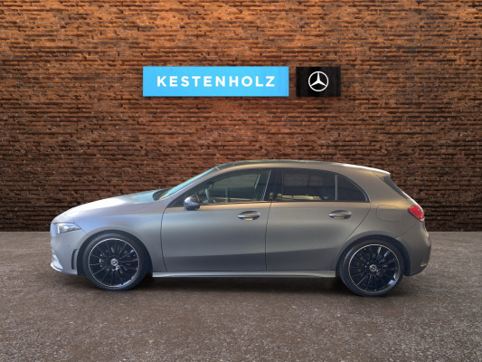 [all]12 Monate Garantie / Gratisservice 10 Jahre oder 100'000 Km ab 1.Inv. / zzgl. Ablieferungspauschale CHF 540.-[/all]


[all]

[/all]&nbsp; AMG Leichtmetallr&auml;der im 5-Doppelspei-Ablagen in den T&uuml;renAirbag: Airbag Fahrer und BeifahrerAirbag: Automatische Beifahrerairbag-AbschaltungAirbag: Knie-Airbag f&uuml;r FahrerAirbag: Seitenairbag f&uuml;r Fahrer und BeifahrerAirbag: Window-KopfairbagsAntiblockiersystem (ABS)Antriebsschlupfregelung (ASR)Assist: Aktiver BremssassistentAssist: NotrufsystemAssist: SpurhalteassistentAssist: Transparente MotorhaubeAssist:Reifendruck-KontrollanzeigeAssist:Tempomat mit variabler Geschwindigkeits-Auspuffblende, verchromtAussenspiegel in HochglanzschwarzBremsassistent (BAS)BremsbelagverschleissDYNAMIC SELECT SchalterDekor: Bordkantenzierstab in ChromDekor: Dachhimmel schwarzDiamantgrillDoppelcupholder vorneDrittes Bremslicht LEDECO Start-Stopp-FunktionEinstiegsschienen vorne mit LogoElektronisches Stabilit&auml;ts-Programm (ESP)Getriebe: Sequentielles 7-Gang-Getriebe mitHeckscheibenheizungHeckscheibenwischerH&ouml;henverstellbare Gurten vorneKEYLESS GO Start FunktionKatalysator geregeltKlima:Klimatisierungsautomatik THERMOTRONICKomfortfahrwerk mit TieferlegungKommunikationsmodulK&uuml;hlergrill schwarz gl&auml;nzendLackierung: Uni-LackierungLenkrad:Multifunktions-Sportlenkrad in Leder NappaLicht: LED Blinker im AussenspiegelLicht: LED High Performance-ScheinwerferLicht: LED-TagfahrlichtLicht: NebelschlussleuchteLicht:Adaptives BremslichtLicht:HalogenscheinwerferMake up-Spiegel linksMake up-Spiegel rechtsMedia: Digitaler Radioempfang (DAB/DAB+)Polster: Ledernachbildung ARTICO/Stoff zweifarbigRegensensor f&uuml;r Scheibenwischer vorneR&auml;der:Reifenreparatur-Set mit KompressorScheibenwischer vorne mit IntervallSeitenschwellerverkleidung in Wagen-Servolenkung geschwindigkeitsabh&auml;ngigSitzbelegungserkennung f&uuml;r BeifahrersitzSitze: 3-Punkt-Sicherheitsgurte auf allen Pl&auml;tzenSitze:Gurtstraffer vorneSitze:ISOFIX-Befestigungspunkte f&uuml;r KindersitzSitze:Komfortsitze vorneSitze:Kopfst&uuml;tzen hinten h&ouml;henverstellbarSitze:Sportsitze vorneSteckdose 12-Volt- vorneStossstangen in WagenfarbeTouchpadT&uuml;rgriffe aussen in WagenfarbeWegfahrsperre elektronischW&auml;rmed&auml;mmendes Glas, ab B-S&auml;ule dunkel get&ouml;ntZentralverriegelung mit Fernbedienung und automatischer T&uuml;rverriegelung