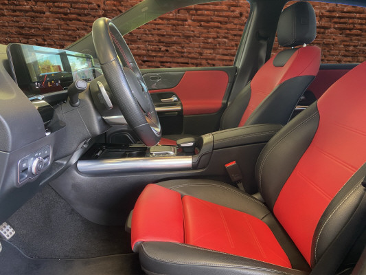 [all]12 Monate Garantie / Gratisservice 10 Jahre oder 100'000 Km ab 1.Inv. / zzgl. Ablieferungspauschale CHF 540.-[/all]


[all]

[/all]&nbsp; AMG EinstiegleistenAirbag: Airbag Fahrer und BeifahrerAirbag: Automatische Beifahrerairbag-AbschaltungAirbag: Knie-Airbag f&uuml;r FahrerAntiblockiersystem (ABS)Assist: Aktiver BremssassistentAssist: Aktiver Spurhalte-AssistentAssist: Mercedes-Benz NotrufsystemAssist: TEMPOMAT mit LimiterAssist: Vorr&uuml;stung f&uuml;r ferngesteuerte Fahrzeug&uuml;berwachungDYNAMIC SELECTDekor: Innenhimmel Stoff schwarzDekor: Zierelemente SpiraloptikDoppelcupholder vorneEASY-PACK-HeckklappeElektronisches Stabilit&auml;ts-Programm (ESP)Erste-Hilfe-Kasten und WarndreieckFahrwerk: KomfortfahrwerkFussmatten VeloursGarantie: MERCEDES-SWISS-INTEGRAL PaketGep&auml;cknetz an Fahrer- und BeifahrersitzlehneGetriebe: Automatisches Doppelkupplungsgetriebe 7G-DCTKlima: Klimatisierungsautomatik THERMOTRONICK&uuml;hlerverkleidung mit zwei silberfarben lackierten EinzellamellenLackierung: Uni-Lackierung PolarweissLenkrad: Multifunktions-Sportlenkrad in LederLicht- und SichtpaketLicht: Drittes BremslichtLicht: LED High Performance-ScheinwerferMERCEDES-BENZ MOBILIT&Auml;TMERCEDES-SWISS-INTEGRALMedia: Digitaler Radioempfang (DAB/DAB+)Media: TouchpadMedia: USB-Schnittstelle im Ablagefach und 2 USB-Schnittstellen in der Mittelkonsole hintenMedia: Vorr&uuml;stung f&uuml;r FahrzeugfernsteuerungPaket: Laderaum-PaketPaket: Licht- und SichtpaketPaket: Night-Paket (Sport-Paket Black) f&uuml;r ProgressivePolster: Polster Ledernachbildung ARTICO/Stoff Fl&eacute;ronRegensensor f&uuml;r Scheibenwischer vorneReifendruck-KontrollanzeigeRemote ServicesR&auml;der: Leichtmetallr&auml;der im 5-Doppelspeichen-Design 18JR&auml;der: Reifenreparatur-Set (Tire Fit)R&auml;der: SommerreifenSitze: Komfortsitze vorneSitze: R&uuml;cksitzlehne geteilt abklappbarSitze:Komfortsitze Fahrer/BeifahrerSonnenblende Fahrer und Beifahrerseite mit beleuchtetem SpiegelSteckdose im KofferraumTreibstofftank 51LVeloursfussmattenVorr&uuml;stung f&uuml;r die &Uuml;bergabe des digitalen Schl&uuml;ssels Ablagefach mit Rollo in MittelkonsoleEntfall Typenbezeichnung auf HeckdeckelLackierung: Metallic-LackierungPaket: Advantage-PaketMedia: 10-Zoll-Media-DisplayMedia: FestplattennavigationPaket: Park-Paket mit R&uuml;ckfahrkamera inkl.Paket: Spiegel-PaketPaket: Spiegel-PaketInnenspiegel und Aussenspiegel links automatisch abblendendPolster: Polster Leder zweifarbigSitze: 4-Wege-Lordosenst&uuml;tzeSitze: Vordersitze heizbar