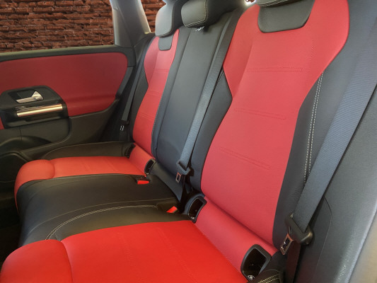 [all]12 Monate Garantie / Gratisservice 10 Jahre oder 100'000 Km ab 1.Inv. / zzgl. Ablieferungspauschale CHF 540.-[/all]


[all]

[/all]&nbsp; AMG EinstiegleistenAirbag: Airbag Fahrer und BeifahrerAirbag: Automatische Beifahrerairbag-AbschaltungAirbag: Knie-Airbag f&uuml;r FahrerAntiblockiersystem (ABS)Assist: Aktiver BremssassistentAssist: Aktiver Spurhalte-AssistentAssist: Mercedes-Benz NotrufsystemAssist: TEMPOMAT mit LimiterAssist: Vorr&uuml;stung f&uuml;r ferngesteuerte Fahrzeug&uuml;berwachungDYNAMIC SELECTDekor: Innenhimmel Stoff schwarzDekor: Zierelemente SpiraloptikDoppelcupholder vorneEASY-PACK-HeckklappeElektronisches Stabilit&auml;ts-Programm (ESP)Erste-Hilfe-Kasten und WarndreieckFahrwerk: KomfortfahrwerkFussmatten VeloursGarantie: MERCEDES-SWISS-INTEGRAL PaketGep&auml;cknetz an Fahrer- und BeifahrersitzlehneGetriebe: Automatisches Doppelkupplungsgetriebe 7G-DCTKlima: Klimatisierungsautomatik THERMOTRONICK&uuml;hlerverkleidung mit zwei silberfarben lackierten EinzellamellenLackierung: Uni-Lackierung PolarweissLenkrad: Multifunktions-Sportlenkrad in LederLicht- und SichtpaketLicht: Drittes BremslichtLicht: LED High Performance-ScheinwerferMERCEDES-BENZ MOBILIT&Auml;TMERCEDES-SWISS-INTEGRALMedia: Digitaler Radioempfang (DAB/DAB+)Media: TouchpadMedia: USB-Schnittstelle im Ablagefach und 2 USB-Schnittstellen in der Mittelkonsole hintenMedia: Vorr&uuml;stung f&uuml;r FahrzeugfernsteuerungPaket: Laderaum-PaketPaket: Licht- und SichtpaketPaket: Night-Paket (Sport-Paket Black) f&uuml;r ProgressivePolster: Polster Ledernachbildung ARTICO/Stoff Fl&eacute;ronRegensensor f&uuml;r Scheibenwischer vorneReifendruck-KontrollanzeigeRemote ServicesR&auml;der: Leichtmetallr&auml;der im 5-Doppelspeichen-Design 18JR&auml;der: Reifenreparatur-Set (Tire Fit)R&auml;der: SommerreifenSitze: Komfortsitze vorneSitze: R&uuml;cksitzlehne geteilt abklappbarSitze:Komfortsitze Fahrer/BeifahrerSonnenblende Fahrer und Beifahrerseite mit beleuchtetem SpiegelSteckdose im KofferraumTreibstofftank 51LVeloursfussmattenVorr&uuml;stung f&uuml;r die &Uuml;bergabe des digitalen Schl&uuml;ssels Ablagefach mit Rollo in MittelkonsoleEntfall Typenbezeichnung auf HeckdeckelLackierung: Metallic-LackierungPaket: Advantage-PaketMedia: 10-Zoll-Media-DisplayMedia: FestplattennavigationPaket: Park-Paket mit R&uuml;ckfahrkamera inkl.Paket: Spiegel-PaketPaket: Spiegel-PaketInnenspiegel und Aussenspiegel links automatisch abblendendPolster: Polster Leder zweifarbigSitze: 4-Wege-Lordosenst&uuml;tzeSitze: Vordersitze heizbar