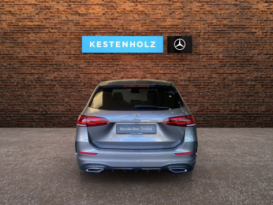 [all]12 Monate Garantie / Gratisservice 10 Jahre oder 100'000 Km ab 1.Inv. / zzgl. Ablieferungspauschale CHF 540.-[/all]


[all]

[/all]&nbsp; AMG EinstiegleistenAirbag: Airbag Fahrer und BeifahrerAirbag: Automatische Beifahrerairbag-AbschaltungAirbag: Knie-Airbag f&uuml;r FahrerAntiblockiersystem (ABS)Assist: Aktiver BremssassistentAssist: Aktiver Spurhalte-AssistentAssist: Mercedes-Benz NotrufsystemAssist: TEMPOMAT mit LimiterAssist: Vorr&uuml;stung f&uuml;r ferngesteuerte Fahrzeug&uuml;berwachungDYNAMIC SELECTDekor: Innenhimmel Stoff schwarzDekor: Zierelemente SpiraloptikDoppelcupholder vorneEASY-PACK-HeckklappeElektronisches Stabilit&auml;ts-Programm (ESP)Erste-Hilfe-Kasten und WarndreieckFahrwerk: KomfortfahrwerkFussmatten VeloursGarantie: MERCEDES-SWISS-INTEGRAL PaketGep&auml;cknetz an Fahrer- und BeifahrersitzlehneGetriebe: Automatisches Doppelkupplungsgetriebe 7G-DCTKlima: Klimatisierungsautomatik THERMOTRONICK&uuml;hlerverkleidung mit zwei silberfarben lackierten EinzellamellenLackierung: Uni-Lackierung PolarweissLenkrad: Multifunktions-Sportlenkrad in LederLicht- und SichtpaketLicht: Drittes BremslichtLicht: LED High Performance-ScheinwerferMERCEDES-BENZ MOBILIT&Auml;TMERCEDES-SWISS-INTEGRALMedia: Digitaler Radioempfang (DAB/DAB+)Media: TouchpadMedia: USB-Schnittstelle im Ablagefach und 2 USB-Schnittstellen in der Mittelkonsole hintenMedia: Vorr&uuml;stung f&uuml;r FahrzeugfernsteuerungPaket: Laderaum-PaketPaket: Licht- und SichtpaketPaket: Night-Paket (Sport-Paket Black) f&uuml;r ProgressivePolster: Polster Ledernachbildung ARTICO/Stoff Fl&eacute;ronRegensensor f&uuml;r Scheibenwischer vorneReifendruck-KontrollanzeigeRemote ServicesR&auml;der: Leichtmetallr&auml;der im 5-Doppelspeichen-Design 18JR&auml;der: Reifenreparatur-Set (Tire Fit)R&auml;der: SommerreifenSitze: Komfortsitze vorneSitze: R&uuml;cksitzlehne geteilt abklappbarSitze:Komfortsitze Fahrer/BeifahrerSonnenblende Fahrer und Beifahrerseite mit beleuchtetem SpiegelSteckdose im KofferraumTreibstofftank 51LVeloursfussmattenVorr&uuml;stung f&uuml;r die &Uuml;bergabe des digitalen Schl&uuml;ssels Ablagefach mit Rollo in MittelkonsoleEntfall Typenbezeichnung auf HeckdeckelLackierung: Metallic-LackierungPaket: Advantage-PaketMedia: 10-Zoll-Media-DisplayMedia: FestplattennavigationPaket: Park-Paket mit R&uuml;ckfahrkamera inkl.Paket: Spiegel-PaketPaket: Spiegel-PaketInnenspiegel und Aussenspiegel links automatisch abblendendPolster: Polster Leder zweifarbigSitze: 4-Wege-Lordosenst&uuml;tzeSitze: Vordersitze heizbar