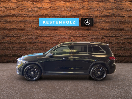 [all]12 Monate Garantie / Gratisservice 10 Jahre oder 100'000 Km ab 1.Inv. / zzgl. Ablieferungspauschale CHF 540.-[/all]


[all]

[/all]&nbsp; AMG SportpedalanlageDekor: Zierelemente mit CarbonstrukturEASY-PACK-HeckklappeFahrzeugschl&uuml;ssel mit dekorativer ChromeinfassungGarantie: 3 Jahre oder 100'000 kmGep&auml;cknetze an beiden VordersitzenGetriebe: 7G-DCTKraftstofftank 60 LiterLicht: Drittes BremslichtLicht: LED High Performance-ScheinwerferPaket: Komfort-PaketPolster: Ledernachbildung ARTICO/Mikrofaser DINAMICA schwarzR&auml;der: AMG Leichtmetallr&auml;der 19" im 5-Speichen-DesignZentralverriegelung mit Fernbedienung und automatischer T&uuml;rverriegelung AMG Fussmatten mit AMG SchriftzugAmbientebeleuchtungAssist: Aktiver BremssassistentAssist: Aktiver Spurhalte-AssistentDachhimmel schwarzKlima: Klimatisierungsautomatik THERMOTRONICLackierung: Metallic-LackierungLenkrad: Multifunktions-Sportlenkrad in Leder NappaLicht: MULTIBEAM LED ScheinwerferPaket: Advantage-PaketMedia: FestplattennavigationMedia: Media-DisplayPaket: Park-Paket mit R&uuml;ckfahrkameraPaket: Spiegel-PaketPaket: Spiegel-PaketInnen- und Aussenspiegel automatischR&auml;der: SommerreifenSitze: SportsitzeSitze: Vordersitze heizbarVolldigitales Instrumenten-Display