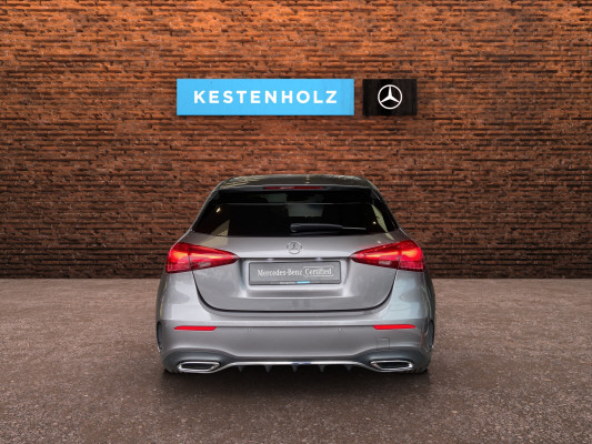 [all]Werksgarantie bis 10.06.2028 / Gratisservice 10 Jahre oder 100'000 Km, Reparaturservice 3 Jahre oder 100'000 Km ab 1.Inv. / zzgl. Ablieferungspauschale CHF 540.-[/all]


[all]
48,3 cm (19) AMG Leichtmetallr&auml;der im Vielspeichen-Design,Zierelemente Aluminium mit L&auml;ngsschliff hell
[/all]&nbsp; Airbag: Airbag Fahrer und BeifahrerAirbag: KneebagAirbag: Seitenairbag f&uuml;r Fahrer und BeifahrerAirbag: Window-KopfairbagsAntiblockiersystem (ABS)Assist: Aktiver BremssassistentAssist: Aktiver Spurhalte-AssistentAssist: Mercedes-Benz NotrufsystemAssist: TempomatBordkantenzierstab in Chrom und Fensterlinienzierstab in Schwarz mattDekor: Dachhimmel Stoff in KristallgrauDekor: Zierelemente mit CarbonschliffElektrische Fensterheber vorneElektronische TraktionskontrolleElektronisches Stabilit&auml;ts-Programm (ESP)Fahrwerk: DirektlenkungFussmatten VeloursGetriebe: 7G-DCTHecksch&uuml;rze mit unterem Teil in Schwarz mit genarbtem FinishKlima: Klimatisierungsautomatik THERMATICKopfst&uuml;tzenK&uuml;hlergrill mit Mercedes-Benz Muster in Hochglanzschwarz, mittiger Mercedes-Stern und EinzellamelleLackierung: Uni-LackierungLicht: Drittes BremslichtL&uuml;ftungsschlitze in HochglanzschwarzMERCEDES-BENZ MOBILIT&Auml;TMERCEDES-SWISS-INTEGRALMedia: Digitales Radio (DAB)Media: Kommunikationsmodul (LTE) zur Nutzung von Mercedes me connect DienstenMedia: MBUX MultimediasystemPaket: Licht- und SichtpaketPolster: ARTICO/Stoff schwarzR&auml;der: Leichtmetallr&auml;der im Vielspeichen-DesignR&auml;der: ReifendruckkontrolleSeitenschweller in Schwarz mit genarbtem FinishSitze: Sitzlehnen im Fond klappbar im Verh&auml;ltnis 40:20:40T&uuml;rschweller mit &laquo;Mercedes-Benz&raquo; SchriftzugZentralverriegelung mit Fernbedienung Assist: Verkehrszeichen-AssistentFahrwerk: Federung mit adaptivem D&auml;mpfungssystemLackierung: Metallic-LackierungLicht: MULTIBEAM LED ScheinwerferMedia: Smartphone-IntergrationPaket: AMG Line PremiumAssist: Totwinkel-AssistentBeleuchtete T&uuml;rschwellerDigitales KombiinstrumentKlima: Klimatisierungsautomatik THERMOTRONICLenkrad: AMG Performance Lenkrad in Leder NappaMedia: MBUX EntertainmentMedia: Soundsystem AdvancedPaket: AMG LinePaket: PROGRESSIVE Line Advanced PlusSportbremsanlagePaket: Fahrassistenz-PaketPaket: Park-Paket mit 360&deg; -KameraPaket: WinterpaketLenkrad: LenkradheizungScheibenwaschd&uuml;sen beheiztPanorama-SchiebedachSitze: Beifahrersitz elektrisch verstellbar mit Memory-FunktionSitze: Fahrersitz elektrisch verstellbar mit MemoryW&auml;rmed&auml;mmend dunkel get&ouml;ntes Glas