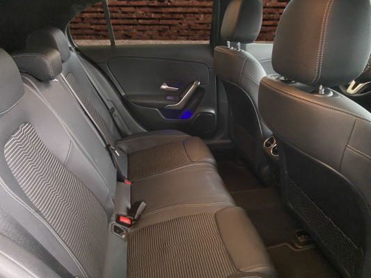 [all]12 Monate Garantie / Gratisservice 10 Jahre oder 100'000 Km ab 1.Inv. / zzgl. Ablieferungspauschale CHF 540.-[/all]


[all]

[/all]&nbsp; Airbag: Airbag Fahrer und BeifahrerAirbag: Automatische Beifahrerairbag-AbschaltungAirbag: Knie-Airbag f&uuml;r FahrerAirbag: Sidebags f&uuml;r Fahrer und Beifahrer (kombinierte Thorax-Pelvis-Airbags)Airbag: Window-KopfairbagsAntiblockiersystem (ABS)Assist: Aktiver BremssassistentAssist: Aktiver Spurhalte-AssistentAssist: Mercedes-Benz NotrufsystemAssist: R&uuml;ckfahrkameraAssist: TEMPOMAT mit LimiterDYNAMIC SELECTDekor: Zierelemente Aluminium mit CarbonschliffDekor: Zierelemente Aluminium mit Carbonschliff dunkelDoppelcupholder vorneElektronisches Stabilit&auml;ts-Programm (ESP) mit Antriebsschlupfregel ASRErste-Hilfe-Kasten und WarndreieckGarantie: MERCEDES-SWISS-INTEGRAL PaketGetriebe: Automatisches Doppelkupplungsgetriebe 7G-DCTKlima: Klimatisierungsautomatik THERMOTRONICLenkrad: Multifunktions-Sportlenkrad in LederLicht- und SichtpaketLicht: LED High Performance-ScheinwerferMERCEDES-BENZ MOBILIT&Auml;TMERCEDES-SWISS-INTEGRALMedia: Digitaler Radioempfang (DAB/DAB+)Media: Kommunikationsmodul (LTE) zur Nutzung von Mercedes me connect DienstenMedia: TouchpadParameterlenkungPolster: Polster Ledernachbildung ARTICO/Stoff Fl&eacute;ronRegensensor f&uuml;r Scheibenwischer vorneReifendruck-KontrollanzeigeRemote ServicesR&auml;der: Leichtmetallr&auml;der im 5-Doppelspeichen-Design 18JR&auml;der: Reifenreparatur-Set (Tire Fit)Sitze: Komfortsitze vorneSitze: Vordersitze manuell verstellbarVeloursfussmattenW&auml;rmed&auml;mmendes Glas, ab B-S&auml;ule dunkel get&ouml;nt AmbientebeleuchtungDachhimmel schwarzDigitales 10-Zoll-InstrumentendisplayInnenspiegel und Aussenspiegel links automatisch abblendendLackierung: Metallic-LackierungLicht: Adaptiver Fernlicht-AssistentPaket: Advantage-PaketMedia: 10-Zoll-Media-DisplayMedia: FestplattennavigationPaket: Park-Paket mit R&uuml;ckfahrkamera inkl.Paket: Spiegel-PaketPaket: Spiegel-PaketPaket: Sport-Paket Black f&uuml;r Progressive LineAussenspiegel in HochglanzschwarzR&auml;der: Leichtmetallr&auml;der im 5-Doppelspeichen-Design 18JR&auml;der: SommerreifenSitze: 4-Wege-Lordosenst&uuml;tzeSitze: R&uuml;cksitzlehne geteilt abklappbarSitze: Vordersitze heizbarVorbereitung f&uuml;r Anh&auml;ngevorrichtung