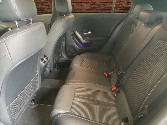 [all]12 Monate Garantie / Gratisservice 10 Jahre oder 100'000 Km ab 1.Inv. / zzgl. Ablieferungspauschale CHF 540.-[/all]


[all]

[/all]&nbsp; Airbag: Airbag Fahrer und BeifahrerAirbag: Automatische Beifahrerairbag-AbschaltungAirbag: Knie-Airbag f&uuml;r FahrerAirbag: Sidebags f&uuml;r Fahrer und Beifahrer (kombinierte Thorax-Pelvis-Airbags)Airbag: Window-KopfairbagsAntiblockiersystem (ABS)Assist: Aktiver BremssassistentAssist: Aktiver Spurhalte-AssistentAssist: Mercedes-Benz NotrufsystemAssist: R&uuml;ckfahrkameraAssist: TEMPOMAT mit LimiterDYNAMIC SELECTDekor: Zierelemente Aluminium mit CarbonschliffDekor: Zierelemente Aluminium mit Carbonschliff dunkelDoppelcupholder vorneElektronisches Stabilit&auml;ts-Programm (ESP) mit Antriebsschlupfregel ASRErste-Hilfe-Kasten und WarndreieckGarantie: MERCEDES-SWISS-INTEGRAL PaketGetriebe: Automatisches Doppelkupplungsgetriebe 7G-DCTKlima: Klimatisierungsautomatik THERMOTRONICLenkrad: Multifunktions-Sportlenkrad in LederLicht- und SichtpaketLicht: LED High Performance-ScheinwerferMERCEDES-BENZ MOBILIT&Auml;TMERCEDES-SWISS-INTEGRALMedia: Digitaler Radioempfang (DAB/DAB+)Media: Kommunikationsmodul (LTE) zur Nutzung von Mercedes me connect DienstenMedia: TouchpadParameterlenkungPolster: Polster Ledernachbildung ARTICO/Stoff Fl&eacute;ronRegensensor f&uuml;r Scheibenwischer vorneReifendruck-KontrollanzeigeRemote ServicesR&auml;der: Leichtmetallr&auml;der im 5-Doppelspeichen-Design 18JR&auml;der: Reifenreparatur-Set (Tire Fit)Sitze: Komfortsitze vorneSitze: Vordersitze manuell verstellbarVeloursfussmattenW&auml;rmed&auml;mmendes Glas, ab B-S&auml;ule dunkel get&ouml;nt AmbientebeleuchtungDachhimmel schwarzDigitales 10-Zoll-InstrumentendisplayInnenspiegel und Aussenspiegel links automatisch abblendendLackierung: Metallic-LackierungLicht: Adaptiver Fernlicht-AssistentPaket: Advantage-PaketMedia: 10-Zoll-Media-DisplayMedia: FestplattennavigationPaket: Park-Paket mit R&uuml;ckfahrkamera inkl.Paket: Spiegel-PaketPaket: Spiegel-PaketPaket: Sport-Paket Black f&uuml;r Progressive LineAussenspiegel in HochglanzschwarzR&auml;der: Leichtmetallr&auml;der im 5-Doppelspeichen-Design 18JR&auml;der: SommerreifenSitze: 4-Wege-Lordosenst&uuml;tzeSitze: R&uuml;cksitzlehne geteilt abklappbarSitze: Vordersitze heizbarVorbereitung f&uuml;r Anh&auml;ngevorrichtung