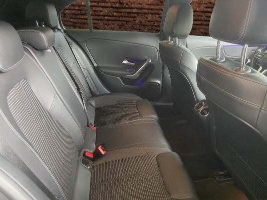 [all]12 Monate Garantie / Gratisservice 10 Jahre oder 100'000 Km ab 1.Inv. / zzgl. Ablieferungspauschale CHF 540.-[/all]


[all]

[/all]&nbsp; Ablagen in den T&uuml;renAirbag: Airbag Fahrer und BeifahrerAirbag: Automatische Beifahrerairbag-AbschaltungAirbag: Knie-Airbag f&uuml;r FahrerAirbag: Seitenairbag f&uuml;r Fahrer und BeifahrerAirbag: Window-KopfairbagsAntiblockiersystem (ABS)Antriebsschlupfregelung (ASR)Assist: Aktiver BremssassistentAssist: NotrufsystemAssist: SpurhalteassistentAssist: Transparente MotorhaubeAssist:Reifendruck-KontrollanzeigeAssist:Tempomat mit variabler Geschwindigkeits-Aussenspiegel in HochglanzschwarzAussenspiegel in WagenfarbeBremsassistent (BAS)BremsbelagverschleissDYNAMIC SELECT SchalterDekor: Bordkantenzierstab in ChromDekor: Dachhimmel schwarzDekor: Zierelemente CarbonoptikDiamantgrillDoppelcupholder vorneDrittes Bremslicht LEDECO Start-Stopp-FunktionEinstiegsschienen vorne mit LogoElektronisches Stabilit&auml;ts-Programm (ESP)Getriebe: Sequentielles 7-Gang-Getriebe mitHeckscheibenheizungHeckscheibenwischerH&ouml;henverstellbare Gurten vorneKEYLESS GO Start FunktionKatalysator geregeltKlima:Klimatisierungsautomatik THERMOTRONICKomfortfahrwerk mit TieferlegungKommunikationsmodulK&uuml;hlergrill schwarz gl&auml;nzendLackierung: Uni-LackierungLeichtmetallr&auml;der im 5-Doppelspeichen-Lenkrad:Multifunktions-Sportlenkrad in LederLicht: LED Blinker im AussenspiegelLicht: LED High Performance-ScheinwerferLicht: LED-TagfahrlichtLicht: NebelschlussleuchteLicht:Adaptives BremslichtLicht:HalogenscheinwerferMake up-Spiegel linksMake up-Spiegel rechtsMedia: Digitaler Radioempfang (DAB/DAB+)Polster:Polsterung Stoff/Ledernachbildung ARTICORegensensor f&uuml;r Scheibenwischer vorneR&auml;der:Reifenreparatur-Set mit KompressorScheibenwischer vorne mit IntervallSeitenschwellerverkleidung in Wagen-Servolenkung geschwindigkeitsabh&auml;ngigSitzbelegungserkennung f&uuml;r BeifahrersitzSitze: 3-Punkt-Sicherheitsgurte auf allen Pl&auml;tzenSitze:Gurtstraffer vorneSitze:ISOFIX-Befestigungspunkte f&uuml;r KindersitzSitze:Komfortsitze vorneSitze:Kopfst&uuml;tzen hinten h&ouml;henverstellbarSteckdose 12-Volt- vorneStossstangen in WagenfarbeTouchpadT&uuml;rgriffe aussen in WagenfarbeVeloursfussmattenWegfahrsperre elektronischW&auml;rmed&auml;mmendes Glas, ab B-S&auml;ule dunkel get&ouml;ntZentralverriegelung mit Fernbedienung und automatischer T&uuml;rverriegelung Assist: Totwinkel-AssistentAssist:Real Time Traffic InformationFahrwerk mit adaptiver Verstelld&auml;mpfungLackierung: Metallic-LackierungMedia: Erweiterte NavigationsdiensteMedia: Vorr&uuml;stung f&uuml;r Konnektivit&auml;ts-Paket NavigationPaket: Advantage-PaketAssist: Aktiver Parkassistent inkl. PARKTRONICInnen- und Aussenspiegel automatischMedia: Media-DisplayMedia:HDD Festplatten NavigationssystemPaket: Park-Paket mit R&uuml;ckfahrkameraPolsterung in Ledernachbildung ARTICOSitze: R&uuml;cksitzlehne geteilt abklappbarSitze: Vordersitze heizbarSitzkomfort-PaketVolldigitales Instrumenten-Display