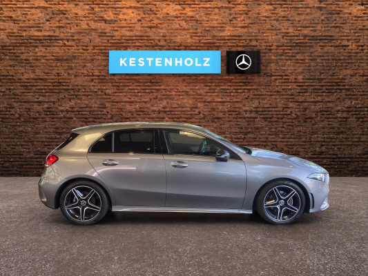 [all]12 Monate Garantie / Gratisservice 10 Jahre oder 100'000 Km ab 1.Inv. / zzgl. Ablieferungspauschale CHF 540.-[/all]


[all]

[/all]&nbsp; AMG Leichtmetallr&auml;der im 5-Doppelspei-Ablagen in den T&uuml;renAirbag: Airbag Fahrer und BeifahrerAirbag: Automatische Beifahrerairbag-AbschaltungAirbag: Knie-Airbag f&uuml;r FahrerAirbag: Seitenairbag f&uuml;r Fahrer und BeifahrerAirbag: Window-KopfairbagsAntiblockiersystem (ABS)Antriebsschlupfregelung (ASR)Assist: Aktiver BremssassistentAssist: NotrufsystemAssist: SpurhalteassistentAssist: Transparente MotorhaubeAssist:Reifendruck-KontrollanzeigeAssist:Tempomat mit variabler Geschwindigkeits-Auspuffblende, verchromtAussenspiegel in HochglanzschwarzBremsassistent (BAS)BremsbelagverschleissDYNAMIC SELECT SchalterDekor: Bordkantenzierstab in ChromDekor: Dachhimmel schwarzDiamantgrillDoppelcupholder vorneDrittes Bremslicht LEDECO Start-Stopp-FunktionEinstiegsschienen vorne mit LogoElektronisches Stabilit&auml;ts-Programm (ESP)Getriebe: Sequentielles 7-Gang-Getriebe mitHeckscheibenheizungHeckscheibenwischerH&ouml;henverstellbare Gurten vorneKEYLESS GO Start FunktionKatalysator geregeltKlima:Klimatisierungsautomatik THERMOTRONICKomfortfahrwerk mit TieferlegungKommunikationsmodulK&uuml;hlergrill schwarz gl&auml;nzendLackierung: Uni-LackierungLenkrad:Multifunktions-Sportlenkrad in Leder NappaLicht: LED Blinker im AussenspiegelLicht: LED High Performance-ScheinwerferLicht: LED-TagfahrlichtLicht: NebelschlussleuchteLicht:Adaptives BremslichtLicht:HalogenscheinwerferMake up-Spiegel linksMake up-Spiegel rechtsMedia: Digitaler Radioempfang (DAB/DAB+)Polster: Ledernachbildung ARTICO/Stoff zweifarbigRegensensor f&uuml;r Scheibenwischer vorneR&auml;der:Reifenreparatur-Set mit KompressorScheibenwischer vorne mit IntervallSeitenschwellerverkleidung in Wagen-Servolenkung geschwindigkeitsabh&auml;ngigSitzbelegungserkennung f&uuml;r BeifahrersitzSitze: 3-Punkt-Sicherheitsgurte auf allen Pl&auml;tzenSitze:Gurtstraffer vorneSitze:ISOFIX-Befestigungspunkte f&uuml;r KindersitzSitze:Komfortsitze vorneSitze:Kopfst&uuml;tzen hinten h&ouml;henverstellbarSitze:Sportsitze vorneSteckdose 12-Volt- vorneStossstangen in WagenfarbeTouchpadT&uuml;rgriffe aussen in WagenfarbeWegfahrsperre elektronischW&auml;rmed&auml;mmendes Glas, ab B-S&auml;ule dunkel get&ouml;ntZentralverriegelung mit Fernbedienung und automatischer T&uuml;rverriegelung AMG VeloursfussmattenAblagefach mit Rollo in MittelkonsoleAssist:Real Time Traffic InformationDekor: Zierelemente Aluminium mit L&auml;ngsschliff hellEntfall Typenbezeichnung auf HeckdeckelInnen- und Aussenspiegel automatischLackierung: Metallic-LackierungLicht- und SichtpaketMedia: Erweiterte NavigationsdiensteMedia: SoundsystemMedia: Vorr&uuml;stung f&uuml;r Konnektivit&auml;ts-Paket NavigationMedia:HDD Festplatten NavigationssystemPaket: Park-Paket mit R&uuml;ckfahrkameraPolsterung Ledernachbildung ARTICO /Premium-PaketArmlehne im Fond klapp- und (entnehmbar)Assist: Aktiver Parkassistent inkl. PARKTRONICInnen- und Aussenspiegel automatischKEYLESS GO Zugangs- und FahrberechtigungLicht: Ambientebeleuchtung Multi-ColourMedia: Media-DisplayMedia: SoundsystemMedia:HDD Festplatten NavigationssystemSitze: Vordersitze heizbarVolldigitales Instrumenten-DisplaySitze: R&uuml;cksitzlehne geteilt abklappbarSitze: Vordersitze heizbarSitzkomfort-PaketVolldigitales Instrumenten-Display