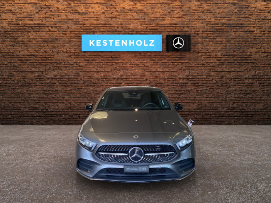 [all]12 Monate Garantie / Gratisservice 10 Jahre oder 100'000 Km ab 1.Inv. / zzgl. Ablieferungspauschale CHF 540.-[/all]


[all]

[/all]&nbsp; AMG Leichtmetallr&auml;der im 5-Doppelspei-Ablagen in den T&uuml;renAirbag: Airbag Fahrer und BeifahrerAirbag: Automatische Beifahrerairbag-AbschaltungAirbag: Knie-Airbag f&uuml;r FahrerAirbag: Seitenairbag f&uuml;r Fahrer und BeifahrerAirbag: Window-KopfairbagsAntiblockiersystem (ABS)Antriebsschlupfregelung (ASR)Assist: Aktiver BremssassistentAssist: NotrufsystemAssist: SpurhalteassistentAssist: Transparente MotorhaubeAssist:Reifendruck-KontrollanzeigeAssist:Tempomat mit variabler Geschwindigkeits-Auspuffblende, verchromtAussenspiegel in HochglanzschwarzBremsassistent (BAS)BremsbelagverschleissDYNAMIC SELECT SchalterDekor: Bordkantenzierstab in ChromDekor: Dachhimmel schwarzDiamantgrillDoppelcupholder vorneDrittes Bremslicht LEDECO Start-Stopp-FunktionEinstiegsschienen vorne mit LogoElektronisches Stabilit&auml;ts-Programm (ESP)Getriebe: Sequentielles 7-Gang-Getriebe mitHeckscheibenheizungHeckscheibenwischerH&ouml;henverstellbare Gurten vorneKEYLESS GO Start FunktionKatalysator geregeltKlima:Klimatisierungsautomatik THERMOTRONICKomfortfahrwerk mit TieferlegungKommunikationsmodulK&uuml;hlergrill schwarz gl&auml;nzendLackierung: Uni-LackierungLenkrad:Multifunktions-Sportlenkrad in Leder NappaLicht: LED Blinker im AussenspiegelLicht: LED High Performance-ScheinwerferLicht: LED-TagfahrlichtLicht: NebelschlussleuchteLicht:Adaptives BremslichtLicht:HalogenscheinwerferMake up-Spiegel linksMake up-Spiegel rechtsMedia: Digitaler Radioempfang (DAB/DAB+)Polster: Ledernachbildung ARTICO/Stoff zweifarbigRegensensor f&uuml;r Scheibenwischer vorneR&auml;der:Reifenreparatur-Set mit KompressorScheibenwischer vorne mit IntervallSeitenschwellerverkleidung in Wagen-Servolenkung geschwindigkeitsabh&auml;ngigSitzbelegungserkennung f&uuml;r BeifahrersitzSitze: 3-Punkt-Sicherheitsgurte auf allen Pl&auml;tzenSitze:Gurtstraffer vorneSitze:ISOFIX-Befestigungspunkte f&uuml;r KindersitzSitze:Komfortsitze vorneSitze:Kopfst&uuml;tzen hinten h&ouml;henverstellbarSitze:Sportsitze vorneSteckdose 12-Volt- vorneStossstangen in WagenfarbeTouchpadT&uuml;rgriffe aussen in WagenfarbeWegfahrsperre elektronischW&auml;rmed&auml;mmendes Glas, ab B-S&auml;ule dunkel get&ouml;ntZentralverriegelung mit Fernbedienung und automatischer T&uuml;rverriegelung AMG VeloursfussmattenAblagefach mit Rollo in MittelkonsoleAssist:Real Time Traffic InformationDekor: Zierelemente Aluminium mit L&auml;ngsschliff hellEntfall Typenbezeichnung auf HeckdeckelInnen- und Aussenspiegel automatischLackierung: Metallic-LackierungLicht- und SichtpaketMedia: Erweiterte NavigationsdiensteMedia: SoundsystemMedia: Vorr&uuml;stung f&uuml;r Konnektivit&auml;ts-Paket NavigationMedia:HDD Festplatten NavigationssystemPaket: Park-Paket mit R&uuml;ckfahrkameraPolsterung Ledernachbildung ARTICO /Premium-PaketArmlehne im Fond klapp- und (entnehmbar)Assist: Aktiver Parkassistent inkl. PARKTRONICInnen- und Aussenspiegel automatischKEYLESS GO Zugangs- und FahrberechtigungLicht: Ambientebeleuchtung Multi-ColourMedia: Media-DisplayMedia: SoundsystemMedia:HDD Festplatten NavigationssystemSitze: Vordersitze heizbarVolldigitales Instrumenten-DisplaySitze: R&uuml;cksitzlehne geteilt abklappbarSitze: Vordersitze heizbarSitzkomfort-PaketVolldigitales Instrumenten-Display