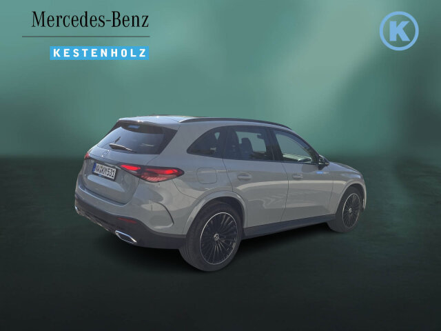 Interne Fahrzeugnr.:: 0923782Ausstattungslinien und -Pakete:  Ablage-Paket,   Advanced-Plus-Paket mit  Digitalen Extras,   AMG Line Advanced Plus,   AMG Line Exterieur,   AMG Line Interieur,   AMG Line Sportsitz-Paket,   AMG Styling,   Chrom-Paket Exterieur,   Chrom-Paket Interieur,   Edition AMG-Line,   Innenraum-Lichtpaket,   Kofferraumkomfort-Paket,   Memory-Paket,   Night-Paket,   Park-Paket mit 360 Grad-Kamera,   Spiegel-Paket,   USB-PaketExterieur:  20" AMG Leichtmetallräder im Vielspeichen-Design,   ABGASANLAGE MIT 3-SENSOREN PAKET,   Abgasanlage mit DPF Generation 2.0,   AIRPANEL,   AMG DYNAMIC SELECT,   Anhängevorrichtung mit ESP® Anhängerstabilisierung,   Außenspiegel elektrisch anklappbar,   Bremsanlage mit größeren Bremsscheiben an der Vorderachse,   Dachreling schwarz,   Diesel-Abgasreinigung mit SDPF,   Diesel-Abgasreinigungsanlage BlueTEC SCR Generation 4,   DIGITAL LIGHT,   Einstiegsleisten mit "Mercedes-Benz" Schriftzug, beleuchtet und mit Wechselcover,   Fahrzeug mit Linkslenkung,   Hybrid Antrieb mit 48-Volt-Technologie,   Identifikationsschild mit VIN-Nummer,   Integrierter Starter Generator Generation 2,   LEISTUNGSKLASSE MOTOR UNTER 151KW,   Produktschutz Teilschutz,   PTC-Zuheizer 48V,   Radgröße 20" Mischbereifung Variante 1,   Radlaufverbreiterung,   Radlaufverkleidungen in Wagenfarbe,   Scheibenwischer mit Regensensor,   Speed+ - Loadindex 105W XL + 108W XL,   Sportlicher Motorsound,   Steuer-Code - Funktion GSR-ISA,   Steuercode Umstellung WLTP mit RDE,   Steuercode Vertrieb,   Teleskopierbare Gelenkwelle,   Transparente Motorhaube,   Umfeldbeleuchtung mit Projektion des Markenlogos,   Vorrüstung für Projektionsfunktion Animationen,   Vorrüstung für Projektionsfunktion Symbole,   Wegfall Typkennzeichen auf Kofferraumdeckel,   Wärmedämmend dunkel getöntes GlasInterieur:  4-Wege-Lordosenstütze,   Ambientebeleuchtung,   AMG Fußmatten,   Bedienungsanleitung und Serviceinformation - deutsch,   Doppelcupholder,   Durchlademöglichkeit,   EASY-PACK Laderaumabdeckung,   Innenhimmel Stoff kristallgrau,   Innenspiegel automatisch abblendend,   Instrumententafel und Bordkanten in Ledernachbildung ARTICO in Nappaoptik,   Klimaanlage ohne Diffus,   Klimatisierungsautomatik THERMATIC,   Mittelkonsole Metallstruktur,   Serviceintervall 25.000 km,   Sitzheizung für Fahrer und Beifahrer,   Sportsitze,   Steckdose im Kofferraum,   Wendematte Kofferraum in Schwarz,   Zierelemente MetallstrukturMultimedia:  3 Jahre kostenfreie Karten-Updates,   Ambientebeleuchtung Plus,   Android Auto,   Apple CarPlay,   Burmester® 3D-Surround-Soundsystem,   Digitales Extra: Erweiterte Funktionen MBUX,   Digitales Extra: MBUX Navigation Premium,   Digitales Extra: Remote Services,   Digitales Extra: Smartphone Integration,   Digitales Extra: Vorrüstung für Live Traffic Information,   Digitales Extra: Vorrüstung für Navigationsdienste,   Digitales Radio,   Fahrerdisplay,   Festplatten-Navigation,   Headunit Länderset für ECE (NTG 7),   Kabelloses Ladesystem für mobile Endgeräte vorn,   Kommunikationsmodul (5G) für die Nutzung von Digitalen Extras,   MBUX Multimediasystem,   Mercedes-Benz Notrufsystem,   Soundpersonalisierung,   Sprache Kombiinstrument - deutsch,   Techn. Kommunikationsmodulvariante für ECE,   Vorrüstung für digitales Radio,   ZentraldisplayKomfort und Umwelt:  9G-TRONIC,   360°-Kamera,   Abgasreinigung EURO 6 Technik,   Adaptiver Fernlicht-Assistent Plus,   AGILITY CONTROL Fahrwerk mit selektivem Dämpfungssystem,   Aktiver Park-Assistent mit PARKTRONIC,   Aktiver Spurhalte-Assistent,   Digitales Extra: Verkehrszeichen-Assistent,   Easy-Pack Heckklappe,   i-Size Kindersitzbefestigung,   KEYLESS-GO Start-Funktion,   Multifunktions-Sportlenkrad in Leder Nappa,   Panorama-Schiebedach,   Passive Personenanwesenheitserinnerung,   Totwinkel-Assistent,   Vordersitz links elektrisch verstellbar mit Memory-Funktion,   Vordersitz rechts elektrisch verstellbar mit Memory-Funktion,   Vorrüstung für DISTRONICSicherheit:  Aktiver Brems-Assistent,   Automatische Beifahrerairbag-Abschaltung,   Deaktivierung Schließrückmeldung über Fanfare,   Digitales Extra: Aktiver Abstands-Assistent DISTRONIC,   Fahrerbeobachtungskamera,   Fingerabdrucksensor,   Fondgurt-Statusanzeige im Instrumenten-Display,   Mittenairbag,   Rating Länderset EURO-NCAP,   Reifendruckkontrolle (RDK),   TIREFIT,   Warnweste für FahrerZustand/Papiere:  COC-Papier EU6 mit Zulassungsbescheinigung Teil IIWeiteres: Fahrzeug mit Haltedauer! Abgabe frühestens 90 Tage nach Erstzulassung! Kältemittel 1234yf,   LAND-SAMMLER FUER RED-ZERTIFIZIERUNG F. HU ECE,   Modelljahrcode,   Rohbaulaststufe 1.
