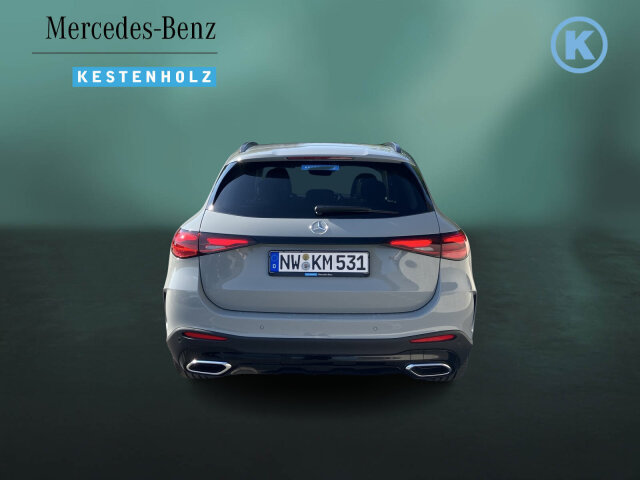 Interne Fahrzeugnr.:: 0923782Ausstattungslinien und -Pakete:  Ablage-Paket,   Advanced-Plus-Paket mit  Digitalen Extras,   AMG Line Advanced Plus,   AMG Line Exterieur,   AMG Line Interieur,   AMG Line Sportsitz-Paket,   AMG Styling,   Chrom-Paket Exterieur,   Chrom-Paket Interieur,   Edition AMG-Line,   Innenraum-Lichtpaket,   Kofferraumkomfort-Paket,   Memory-Paket,   Night-Paket,   Park-Paket mit 360 Grad-Kamera,   Spiegel-Paket,   USB-PaketExterieur:  20" AMG Leichtmetallräder im Vielspeichen-Design,   ABGASANLAGE MIT 3-SENSOREN PAKET,   Abgasanlage mit DPF Generation 2.0,   AIRPANEL,   AMG DYNAMIC SELECT,   Anhängevorrichtung mit ESP® Anhängerstabilisierung,   Außenspiegel elektrisch anklappbar,   Bremsanlage mit größeren Bremsscheiben an der Vorderachse,   Dachreling schwarz,   Diesel-Abgasreinigung mit SDPF,   Diesel-Abgasreinigungsanlage BlueTEC SCR Generation 4,   DIGITAL LIGHT,   Einstiegsleisten mit "Mercedes-Benz" Schriftzug, beleuchtet und mit Wechselcover,   Fahrzeug mit Linkslenkung,   Hybrid Antrieb mit 48-Volt-Technologie,   Identifikationsschild mit VIN-Nummer,   Integrierter Starter Generator Generation 2,   LEISTUNGSKLASSE MOTOR UNTER 151KW,   Produktschutz Teilschutz,   PTC-Zuheizer 48V,   Radgröße 20" Mischbereifung Variante 1,   Radlaufverbreiterung,   Radlaufverkleidungen in Wagenfarbe,   Scheibenwischer mit Regensensor,   Speed+ - Loadindex 105W XL + 108W XL,   Sportlicher Motorsound,   Steuer-Code - Funktion GSR-ISA,   Steuercode Umstellung WLTP mit RDE,   Steuercode Vertrieb,   Teleskopierbare Gelenkwelle,   Transparente Motorhaube,   Umfeldbeleuchtung mit Projektion des Markenlogos,   Vorrüstung für Projektionsfunktion Animationen,   Vorrüstung für Projektionsfunktion Symbole,   Wegfall Typkennzeichen auf Kofferraumdeckel,   Wärmedämmend dunkel getöntes GlasInterieur:  4-Wege-Lordosenstütze,   Ambientebeleuchtung,   AMG Fußmatten,   Bedienungsanleitung und Serviceinformation - deutsch,   Doppelcupholder,   Durchlademöglichkeit,   EASY-PACK Laderaumabdeckung,   Innenhimmel Stoff kristallgrau,   Innenspiegel automatisch abblendend,   Instrumententafel und Bordkanten in Ledernachbildung ARTICO in Nappaoptik,   Klimaanlage ohne Diffus,   Klimatisierungsautomatik THERMATIC,   Mittelkonsole Metallstruktur,   Serviceintervall 25.000 km,   Sitzheizung für Fahrer und Beifahrer,   Sportsitze,   Steckdose im Kofferraum,   Wendematte Kofferraum in Schwarz,   Zierelemente MetallstrukturMultimedia:  3 Jahre kostenfreie Karten-Updates,   Ambientebeleuchtung Plus,   Android Auto,   Apple CarPlay,   Burmester® 3D-Surround-Soundsystem,   Digitales Extra: Erweiterte Funktionen MBUX,   Digitales Extra: MBUX Navigation Premium,   Digitales Extra: Remote Services,   Digitales Extra: Smartphone Integration,   Digitales Extra: Vorrüstung für Live Traffic Information,   Digitales Extra: Vorrüstung für Navigationsdienste,   Digitales Radio,   Fahrerdisplay,   Festplatten-Navigation,   Headunit Länderset für ECE (NTG 7),   Kabelloses Ladesystem für mobile Endgeräte vorn,   Kommunikationsmodul (5G) für die Nutzung von Digitalen Extras,   MBUX Multimediasystem,   Mercedes-Benz Notrufsystem,   Soundpersonalisierung,   Sprache Kombiinstrument - deutsch,   Techn. Kommunikationsmodulvariante für ECE,   Vorrüstung für digitales Radio,   ZentraldisplayKomfort und Umwelt:  9G-TRONIC,   360°-Kamera,   Abgasreinigung EURO 6 Technik,   Adaptiver Fernlicht-Assistent Plus,   AGILITY CONTROL Fahrwerk mit selektivem Dämpfungssystem,   Aktiver Park-Assistent mit PARKTRONIC,   Aktiver Spurhalte-Assistent,   Digitales Extra: Verkehrszeichen-Assistent,   Easy-Pack Heckklappe,   i-Size Kindersitzbefestigung,   KEYLESS-GO Start-Funktion,   Multifunktions-Sportlenkrad in Leder Nappa,   Panorama-Schiebedach,   Passive Personenanwesenheitserinnerung,   Totwinkel-Assistent,   Vordersitz links elektrisch verstellbar mit Memory-Funktion,   Vordersitz rechts elektrisch verstellbar mit Memory-Funktion,   Vorrüstung für DISTRONICSicherheit:  Aktiver Brems-Assistent,   Automatische Beifahrerairbag-Abschaltung,   Deaktivierung Schließrückmeldung über Fanfare,   Digitales Extra: Aktiver Abstands-Assistent DISTRONIC,   Fahrerbeobachtungskamera,   Fingerabdrucksensor,   Fondgurt-Statusanzeige im Instrumenten-Display,   Mittenairbag,   Rating Länderset EURO-NCAP,   Reifendruckkontrolle (RDK),   TIREFIT,   Warnweste für FahrerZustand/Papiere:  COC-Papier EU6 mit Zulassungsbescheinigung Teil IIWeiteres: Fahrzeug mit Haltedauer! Abgabe frühestens 90 Tage nach Erstzulassung! Kältemittel 1234yf,   LAND-SAMMLER FUER RED-ZERTIFIZIERUNG F. HU ECE,   Modelljahrcode,   Rohbaulaststufe 1.