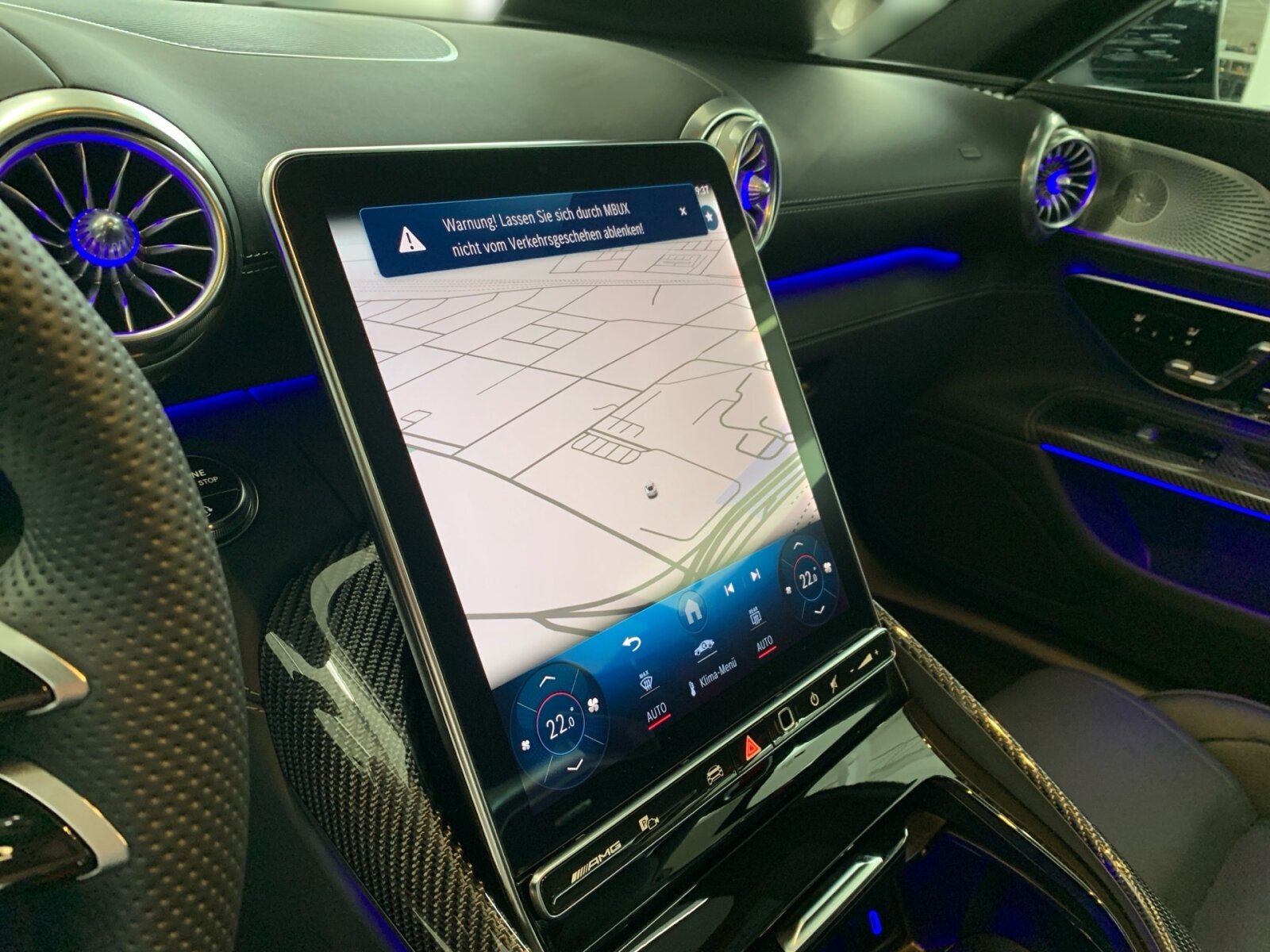 Ausstattungslinien und -Pakete:  AMG Aerodynamik-Paket,   AMG DYNAMIC PLUS Paket,   AMG Night-Paket:  AMG Night-Paket II,   Energizing Paket,   Fahrassistenz-Paket:  Laderaum-Paket,   Memory-Paket:  Memory Park-Assistent,   Multikontursitz-Paket,   Park-Paket mit Remote-Parkfunktionen,   Spiegel-Paket:  USB-Paket PlusExterieur:  50,8 cm (20") AMG Leichtmetallräder im 10-Doppelspeichen-Design,   AIRPANEL,   AMG ACTIVE RIDE CONTROL Fahrwerk,   AMG Bremssättel gelb lackiert,   AMG Einstiegsleisten mit "AMG" Schriftzug, beleuchtet und mit Wechselcover,   AMG Heckflügel feststehend,   AMG Hinterachs-Sperrdifferenzial elektronisch,   AMG Motorlager dynamisch,   Außenspiegel elektrisch anklappbar:  Designschlüssel mit Chromapplikationen,   DIGITAL LIGHT mit Projektionsfunktion,   Fahrzeug mit Linkslenkung,   Fahrzeugschutzabdeckung,   Hintere Sensoren für Spurhalte-Assistent,   Identifikationsschild mit VIN-Nummer,   Lichtinszenierung AMG (Seitenschweller mit Projektionsfunktion),   MAGIC VISION CONTROL,   Motor-Restwärmenutzung,   Motorsound-System (AMG Real Performance Sound),   Projektionsfunktion von Symbolen,   Radgroesse 20" Mischbereifung Variante 2 AMG,   Schwarz lackierte Kühlerlamellen,   SPEED+ - LOADINDEX 105 Y XL + 107 Y XL,   Steuer-Code - Funktion GSR-ISA,   Steuercode Demo Car,   Steuercode Demo Car MIG,   Steuercode Umstellung WLTP mit RDE,   Typkennzeichen auf Heckdeckel und Kotflügeln in Hochglanzschwarz,   Vorrüstung für Projektionsfunktion Animationen,   Vorrüstung für Projektionsfunktion Symbole,   Wärmedämmend dunkel getöntes GlasInterieur:  Ambientebeleuchtung:  AMG Lenkradtasten,   AMG Performance Lenkrad in Leder Nappa:  AMG Performance Sitze:  AMG Zierelemente Carbon,   Bedienungsanleitung und Serviceinformation - deutsch,   Beifahrersitz mit Gewichtserkennung,   Cupholder,   Fondsitze mit umklappbaren Sitzlehnen,   Klimatisierungsautomatik Thermotronic:  LEDER / NAPPA / SEMIANILIN,   MANUFAKTUR Innenhimmel Mikrofaser MICROCUT schwarz,   Sicherheitsgurte in Rot:  Sonnenblende ausziehbar,   Steckdose im KofferraumMultimedia:  AMG Track Pace:  Android Auto:  Apple CarPlay:  Burmester® Surround-Soundsystem:  Digitales Extra: Erweiterte Funktionen MBUX,   Digitales Extra: Festplatten-Navigation,   Digitales Extra: Remote Services Premium,   Digitales Extra: Smartphone Integration,   Digitales Extra: Vorrüstung für Live Traffic Information,   Digitales Extra: Vorrüstung für MBUX Entertainment Plus,   Digitales Extra: Vorrüstung für Navigationsdienste,   Digitales Radio:  Fahrerdisplay,   Head-Up Display:  Headunit Länderset für ECE (NTG 7),   Kabelloses Ladesystem für mobile Endgeräte vorn:  Kommunikationsmodul (LTE) für die Nutzung von Digitalen Extras,   MBUX Multimediasystem:  MBUX Navigation Premium,   Mercedes-Benz Notrufsystem:  Soundpersonalisierung,   Sprache Kombiinstrument - deutsch,   Techn. Kommunikationsmodulvariante für ECE,   Vorrüstung für digitalen Fahrzeugschlüssel für Smartphone,   Vorrüstung für digitales Radio:  Zentraldisplay:Komfort und Umwelt:  360°-Kamera:  Adaptiver Fernlicht-Assistent Plus:  Aktiver Geschwindigkeitslimit-Assistent:  Aktiver Park-Assistent:  Aktiver Spurhalte-Assistent:  Aktiver Spurwechselassistent,   AMG SPEEDSHIFT MCT 9G,   Ausweichunterstützung (Ausweichassistent),   Easy-Pack Heckklappe:  Erweitertes automatisches Wiederanfahren im Stau,   Fahrassistenz-System: Rettungsgassen-Assistent,   Hands-Free Access,   Hinterachslenkung:  i-Size Kindersitzbefestigung Beifahrersitz,   Innen- und Außenspiegel automatisch abblendend,   ISOFIX Kindersitzverankerungen:  KEYLESS-GO mit flächenbündigen Türgriffen,   KEYLESS-GO Start-Funktion:  Kraftstofftanksystem für EU6d-Norm:  Lenkradheizung:  Nothalt-Assistent mit Hands-off Spurwechsel Software,   Panoramadach:  Passive Personenanwesenheitserinnerung,   Sitzklimatisierung für Fahrer und Beifahrer:  Streckenbasierte Geschwindigkeitsanpassung,   Verkehrszeichen-Assistent:Sicherheit:  AMG Hochleistungs- Verbundbremsanlage,   Deaktivierung Schließrückmeldung über Fanfare,   DISTRONIC PLUS inkl. BAS PLUS und PRE-SAFE® Bremse:  Distronic Plus Querunterstützung (DTR+Q),   Einbruch- und Diebstahlwarnanlage mit Vorrüstung für Kollisionserkennung:  Fingerabdrucksensor,   Fond-Sicherheitsgurt mit Gurtkraftbegrenzer,   Fondgurt-Statusanzeige im Instrumenten-Display,   GUARD 360° Fahrzeugschutz Plus,   Innenraumabsicherung,   Kneebag:  PRE-SAFE ® -System:  Sidebags:.