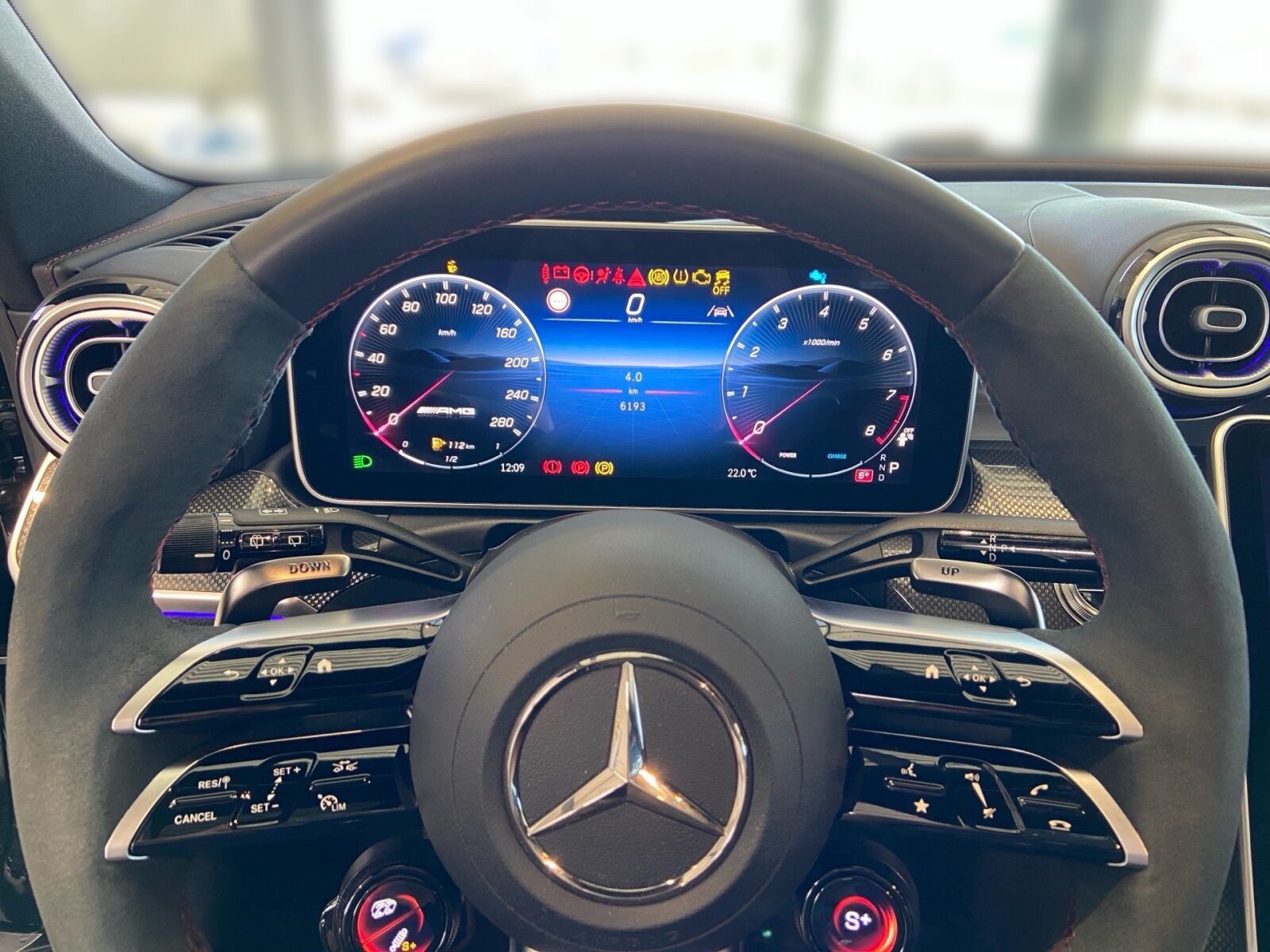 Ausstattungslinien und -Pakete:  Ablage-Paket,   AMG Driver's Package,   AMG Night-Paket Exterieur:  AMG Night-Paket II,   AMG Optik-Paket,   AMG Styling:  Fahrassistenz-Paket Plus:  Innenraum-Lichtpaket,   Kofferraumkomfort-Paket:  Memory-Paket:  Mercedes-AMG Exterieur,   Mercedes-AMG Interieur,   Park-Paket mit 360 Grad-Kamera:  Premium-Paket mit digitalen Extras,   Spiegel-Paket:  USB-Paket:Exterieur:  20" AMG Leichtmetallräder im 10 Doppelspeichen Design,   AMG-Fahrzeug-Baumuster Entry,   AMG Abrisskante,   AMG DYNAMIC SELECT,   AMG Einstiegsleisten mit "AMG" Schriftzug, beleuchtet und mit Wechselcover,   AMG Ride Control Fahrwerk:  AMG spezifische Kühlerverkleidung, abgedunkelt,   Außenspiegel elektrisch anklappbar:  Bremssättel silberfarben lackiert,   Dachreling schwarz:  DIGITAL LIGHT:  Hintere Sensoren für Spurhalte-Assistent,   Identifikationsschild mit VIN-Nummer,   Kraftstoffbehälter mit 66 Liter Inhalt:  Mild Hybrid Antrieb,   Motor-Restwärmenutzung,   Motorsound-System (AMG Real Performance Sound),   Radgroesse 20" Mischbereifung Variante 1 AMG,   Radlaufverbreiterung,   Scheibenwaschanlage beheizt,   Scheibenwischer mit Regensensor,   SPEED- + LOADINDEX 95Y XL + 94Y XL,   Steuercode Umstellung WLTP mit RDE,   Typkennzeichen auf Heckdeckel und Kotflügeln in Schwarzchrom,   Umfeldbeleuchtung mit Projektion des Markenlogos,   Vorrüstung für Projektionsfunktion Animationen,   Vorrüstung für Projektionsfunktion für Linien,   Vorrüstung für Projektionsfunktion Symbole,   Wärmedämmend dunkel getöntes GlasInterieur:  4-Wege-Lordosenstütze,   Ambientebeleuchtung:  AMG Lenkradtasten,   AMG Performance Lenkrad in Leder Nappa / Mikrofaser MICROCUT,   Bedienungsanleitung und Serviceinformation - deutsch,   Doppelcupholder:  Doppelrollo elektrisch fuer Gepäckraumabdeckung,   Innenhimmel Stoff schwarz,   Klimatisierungsautomatik Thermotronic:  Laderaumabdeckung inklusive EASY-PACK Sicherheitsnetz,   Mittelkonsole in Schwarz hochglänzend,   Sicherheitsgurte in Rot:  Sitzheizung für Fahrer und Beifahrer,   Sitzheizung im Fond:  Sitzlehnen im Fond klappbar:  Sportsitze:  Wärme- und geräuschdämmendes Akustikglas,   Zierelemente MetallstrukturMultimedia:  Ambientebeleuchtung Plus,   Android Auto:  Apple CarPlay:  Burmester® 3D-Surround-Soundsystem:  Digitales Extra: Erweiterte Funktionen MBUX,   Digitales Extra: Festplatten-Navigation,   Digitales Extra: MBUX Augmented Reality für Navigation,   Digitales Extra: MBUX Navigation Premium,   Digitales Extra: Remote Services,   Digitales Extra: Smartphone Integration,   Digitales Extra: Vorrüstung für Live Traffic Information,   Digitales Radio:  Fahrerdisplay,   Head-Up Display:  Kabelloses Ladesystem für mobile Endgeräte vorn:  Kommunikationsmodul (LTE) für die Nutzung von Mercedes me connect Diensten,   MBUX Multimediasystem:  Mercedes-Benz Notrufsystem:  Soundpersonalisierung,   Vorrüstung für Digitalen Fahrzeugschlüssel,   Vorrüstung für digitale Schlüsselübergabe,   Vorrüstung für digitales Radio:  Zentraldisplay:Komfort und Umwelt:  360°-Kamera:  Adaptiver Fernlicht-Assistent Plus:  Aktiver Geschwindigkeitslimit-Assistent:  Aktiver Lenk-Assistent:  Aktiver Park-Assistent mit PARKTRONIC:  Aktiver Spurhalte-Assistent:  Aktiver Spurwechselassistent,   AMG SPEEDSHIFT MCT 9G,   Ausweichunterstützung (Ausweichassistent),   Beifahrersitz elektrisch einstellbar mit Memory-Funktion:  Digitales Extra: Verkehrszeichen-Assistent,   Easy-Pack Heckklappe:  Erweitertes automatisches Wiederanfahren im Stau,   Hands-Free Access,   Hinterachslenkung:  Innen- und Außenspiegel automatisch abblendend,   Keyless-Go,   Keyless-Go Komfort Paket,   KEYLESS-GO Start-Funktion:  Lenkradheizung:  Panorama-Schiebedach:  Passive Personenanwesenheitserinnerung,   Streckenbasierte Geschwindigkeitsanpassung,   Vordersitz links elektrisch verstellbar mit Memory-FunktionSicherheit:  Aktiver Abstands-Assistent DISTRONIC:  Automatische Beifahrerairbag-Abschaltung,   Feuerlöscher,   Fingerabdrucksensor,   Mittenairbag:  PRE-SAFE-System Impuls Seite,   PRE-SAFE ® -System:  Reifendruckkontrolle (RDK):Weiteres:  AEJ 24/2,   Instrumententafel und Bordkanten in Ledernachbildung ARTICO,   Modelljahrcode:  Premium,   Serviceintervall 20.000 km,   UMSTELLUNG AUF UN ECE R100 AENDERUNGSSTAND 3,   WIPPS-Laender WEU+COC,   Änderungsjahr 24/2.