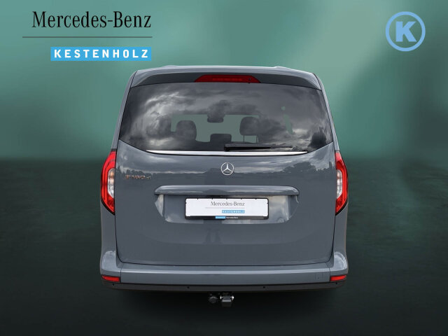 Interne Fahrzeugnr.:: 0923813Ausstattungslinien und -Pakete:  Advantage-Paket,   Aktives Sicherheits-Paket,   Chrom Interieur-Paket,   Edition,   Navigation Paket,   Ohne Aufbauhersteller Sondermodul,   Ohne Paket BAUSTELLE,   Park-Paket,   Progressive,   Sondermodell,   Spiegel-Paket,   Technik-PaketExterieur:  16" Leichtmetallräder,   40,6 cm (16'') LM-Räder im 10-Speichen-Design,   Abdeckung Schiebetürschiene in Wagenfarbe,   Außenspiegel elektr. heranklappbar u. verstellbar,   Außenspiegel lackiert in Wagenfarbe,   ECO Catalysator 90g,   Einstiegsleisten mit "Mercedes-Benz" Schriftzug,   Fenster in Heckklappe mit Wisch- und Waschanlage,   Frontscheibe wärmedämmend,   Gewichtsvariante 2.199 kg,   Griffleiste über Kennzeichen in Wagenfarbe,   Heckklappe,   Heckscheibe heizbar,   Kühlergrill verchromt,   Laderaum-Schiebetür links mit Fenster,   LED High Performance-Scheinwerfer,   Ohne Anhängerkupplung,   Ohne Ladekabel Traktionsbatterie E-Cell,   Ohne Staub-Kit,   Ohne Steinschlagschutz,   Radstand 2716 mm,   Schiebetür rechts mit Fenster,   Standardwegausführung,   Türgriffe lackiert in Wagenfarbe,   Verbrenner,   Vorrüstung für Dachreling,   Wischwasserbehälter mit größerem Volumen,   Zierstab Heckklappe ChromInterieur:  Ambientebeleuchtung,   Armlehne mit Staufach,   Elektrische Fensterheber in Schiebetüren,   Fahrersitz höhenverstellbar mit Lordosestütze,   Fenster fest hinten,   Fensterheber vorn elektr. m. Komfortbedienfunktion,   Fondsitzbank FOLD &amp; LOAD 1/3 : 2/3 teilbar,   Gepäckraumabdeckung,   Handschuhfach, Beifahrerseite, geschlossen,   Innenraumbeleuchtung in LED-Technik,   Innenraumspiegel,   Innenspiegel  automatisch abblendend,   Innenverkleidung gehobene Ausführung,   Klimaanlage,   Klimazone 2 (gemäßigt),   Kopfstützen für Fahrgastraumsitze,   Kraftstofffilter mit Wasserabscheider,   Lederlenkrad,   Mit Gurt Mittelsitz Fond,   Mittelarmlehne ARTICO &amp; Türfelder NEOTEX,   Ohne beheiztes Lenkrad,   Ohne Belüftungsdüsen im Fond,   Ohne Lastschutznetz,   Ohne Sitze in Reihe 3,   Schaltknauf Leder,   Sitzbezugsart Stoff,   Sitzheizung für Fahrer und Beifahrer,   Spiegel in Beifahrer-Sonnenblende,   Spiegel in Fahrer-Sonnenblende,   Steckdose 12 V im Fahrgastraum,   Steckdose 12 V Kofferraum / Laderaum,   Tachometer km/h,   Tasche an Fahrer- und Beifahrerrückenlehne,   Teilbelederte I-Tafel in Ledernachbildung ARTICO,   Teppichboden Fahrgastraum,   Teppichboden Kofferraum,   Tisch und beleuchtete Zierelemente an Rückenlehne,   Warmluftkanal zum Fahrgastraum,   Zierelemente Mattlack Seidenoptik silber,   Zierelement I-Tafel Hochglanzlack schwarzMultimedia:  2 USB Schnittstellen in Mittelkonsole hinten,   Digitales Extra: Erweiterte MBUX Funktionen,   Digitales Extra: Festplatten-Navigation,   Digitales Extra: Remote Services Plus,   Digitales Extra: Smartphone Integration,   Digitales Radio (DAB),   Kabelloses Ladesystem für mobile Endgeräte,   Kombiinstrument mit Farbdisplay,   Kommunikationsmodul (LTE) für digitale Dienste,   Live Traffic Information,   MBUX Multimediasystem inkl. Navigation &amp; DAB,   Mercedes-Benz Notrufsystem,   Navigation PLUS,   Sprache Kombiinstrument - deutsch,   Vorrüstung für Digitale ExtrasKomfort und Umwelt:  7-Gang-Automatikgetriebe,   Aktiver Park-Assistent,   Aktiver Spurhalte-Assistent,   Attention Assist,   Berganfahrhilfe,   Colorverglasung im Fond, Schwarzglas,   Diesel,   ECO Start-Stop Funktion,   Fernlichtassistent,   i-Size Kindersitzbefestigung,   Keyless-Go,   Lenkrad in Neigung und Höhe verstellbar,   Licht- und Regensensor,   Multifunktionslenkrad,   Partikelfilter,   Rückfahrkamera,   Tempomat,   Totwinkel-Assistent,   Verkehrszeichen-Assistent,   Zuheizer  elektrischSicherheit:  Airbag Fahrer und Beifahrer,   Aktiver Brems-Assistent,   Automatische Beifahrerairbag-Abschaltung,   Bremsanlage mit ABS und ASR,   elek. Feststellbremse,   Elektronisches Stabilitätsprogramm (ESP),   Gurtwarneinrichtung für Fahrer, Beifahrer und Fond,   Kindersicherung Türen und Fenster im Fahrgastraum,   Mittenairbag, Thorax-Sidebags, Windowbags v. + h.,   Ohne Einbruch-/Diebstahlwarnanlage,   Reifendrucküberwachung an VA u. HA, drahtlos,   Unterbodenschutz KunststoffZustand/Papiere:  LuxuskombiWeiteres:  Beifahrersitz, höhenverstellbar,   Hersteller Mercedes-Benz AG,   Ledernachbildung ARTICO / Mikrofaser MICROCUT,   Markenumfang Mercedes-Benz,   Nutzlast Serie,   Ohne Ablagefach auf Instrumententafel,   Ohne aktiver Lenkassistent,   Ohne Aufbauhersteller Schnittstelle,   Ohne Double Lock,   Ohne Drehzahlanhebung mit Konstanthaltung,   Ohne Generator verstärkt,   Ohne Geschwindigkeitsbegrenzung,   Ohne Nebellampen.
