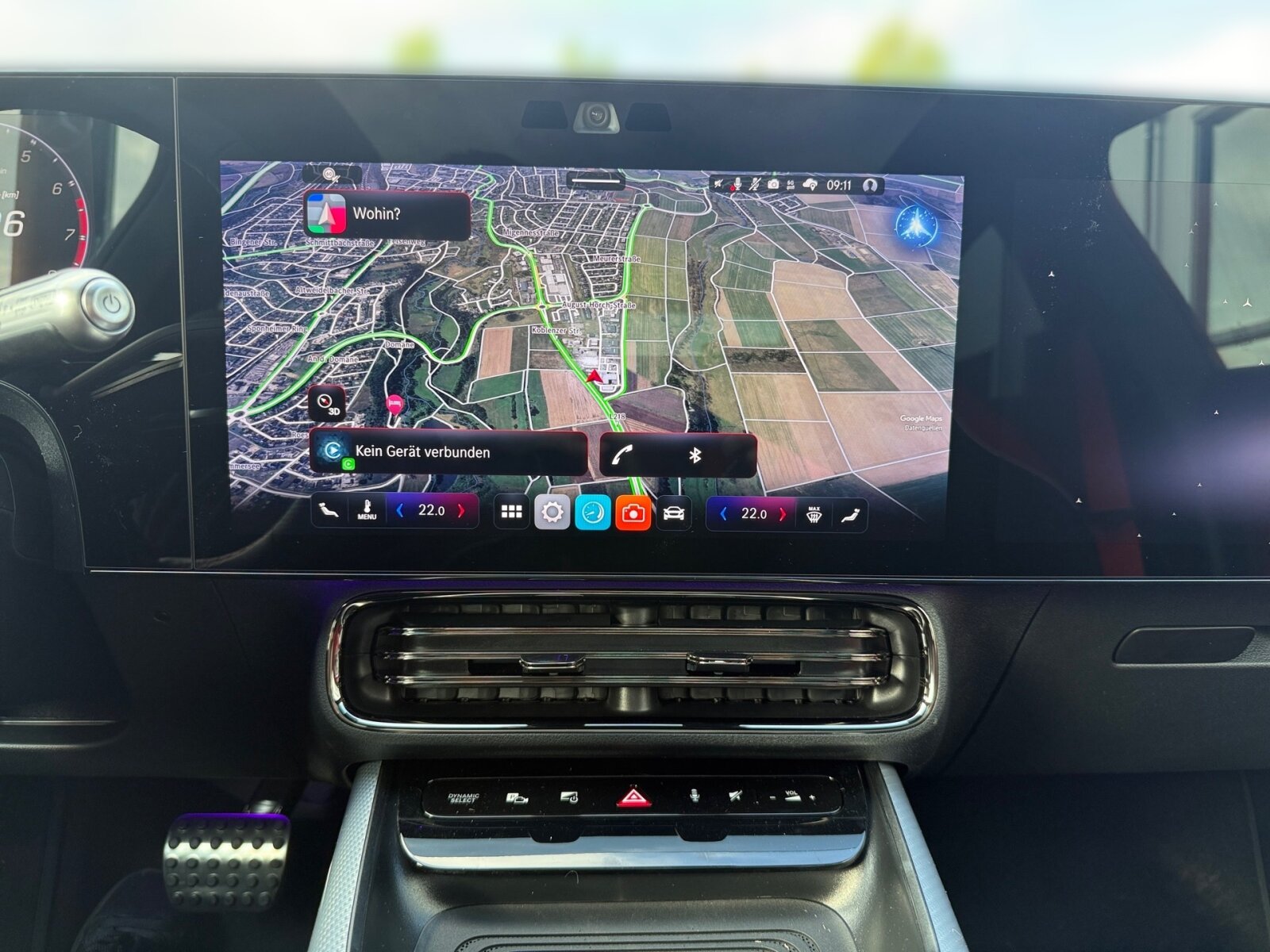 Ausstattungslinien und -Pakete:  AMG Line:  AMG Line Plus,   AMG Styling:  KEYLESS-GO Komfort-Paket mit Digitalem Extra,   Memory-Paket:  Night-Paket:  Premium-Paket mit digitalen Extras,   Spiegel-Paket:  USB-Paket PlusExterieur:  19" AMG Leichtmetallräder im Vielspeichen-Design,   AMG Abrisskante,   Fahrzeug mit Linkslenkung,   Flächenbündige Türgriffe,   HOTEND TECHNOLOGY TYP II-E,   Hybrid Antrieb mit 48-Volt-Technologie,   Identifikationsschild mit VIN-Nummer,   KURZSTRECKENRADAR - FRONT,   Kühlergrill beleuchtet mit Mercedes-Benz Pattern in Chrom,   Leuchtenband hinten,   Multibeam LED:  PTC-Zuheizer 48V,   Radgröße 19" Rundum Variante 1,   SPEED- + LOADINDEX 93W XL,   Sportlicher Motorsound:  Steuer-Code - Funktion GSR-ISA,   Steuercode für Aktionierungssteuerung WLTP,   Steuercode Umstellung WLTP mit RDE,   Umfeldbeleuchtung mit animierter Projektion des Mercedes-Benz Pattern, 2-fach,   Wärmedämmend dunkel getöntes GlasInterieur:  4-Wege-Lordosenstütze,   12-V-Steckdose für Beifahrer,   Ambientebeleuchtung:  Armlehne im Fond,   Bedienungsanleitung und Serviceinformation - deutsch,   Einstiegsleisten beleuchtet mit Wechselcover,   Innenhimmel Stoff schwarz,   Klimatisierungsautomatik Thermotronic:  Serviceintervall 25.000 km:  Sitzbelegungserkennung für Fondsitze,   Sitzheizung für Fahrer und Beifahrer,   Sportsitze:  Wendematte Kofferraum in Schwarz,   Zierelemente Aluminium mit Carbonschliff hell:Multimedia:  Digitales Extra: Android Auto,   Digitales Extra: Apple CarPlay,   Digitales Extra: Geschwindigkeitslimit-Funktion,   Digitales Extra: MB.DRIVE PARKING ASSIST 360,   Digitales Extra: MB.DRIVE Standard,   Digitales Extra: MBUX Live Traffic Information,   Digitales Extra: MBUX Navigation,   Digitales Extra: MBUX Smartphone Integration,   Digitales Extra: Streckenbasierte Geschwindigkeits-Anpassung,   Digitales Extra: Wiederanfahr-Funktion,   Digitales Radio:  Fahrerdisplay,   Gesichtserkennung,   Headunit Länderset für ECE (NTG 7),   Kabelloses Ladesystem für mobile Endgeräte vorn:  Kommunikationsmodul (5G) für die Nutzung von Digitalen Extras,   MBUX Multimediasystem:  MBUX Superscreen,   Mercedes-Benz Notrufsystem:  Sprache Kombiinstrument - deutsch,   Techn. Kommunikationsmodulvariante für ECE,   UWB Modul,   Vorrüstung für digitalen Fahrzeugschlüssel für Smartphone,   Zentraldisplay:Komfort und Umwelt:  Adaptiver Fernlicht-Assistent Plus:  Ausweichlenk-Funktion,   Digitales Extra: Park-Assistent,   Digitales Extra: Parktronic,   Digitales Extra: Verkehrszeichen-Assistent,   Fahrassistenz-System: Nothalt-Assistent,   Fahrassistenzsysteme Gen6 - Base,   Geschwindigkeitslimit-Assistent,   Hands-Free Access,   i-Size Kindersitzbefestigung,   Keyless-Go,   Kofferraumdeckel-Komfortschließung,   Komfortfahrwerk mit Tieferlegung,   Limiter - Funktion,   Manövrier-Assistent,   Multifunktions-Sportlenkrad in Leder Nappa:  Panoramadach:  Parktronic-System (PTS),   Passive Personenanwesenheitserinnerung,   Rückfahrkamera:  Selfie- und Videokamera,   Spurhalte-Funktion,   Surround View System,   Totwinkel-Assistent:  Totwinkel-Assistent PlusSicherheit:  Abstandsregeltempomat DISTRONIC PLUS,   Akustischer Umfeldschutz,   Ausstiegswarnung,   Automatische Beifahrerairbag-Abschaltung,   Bremsassistent:  Deaktivierung Schließrückmeldung über Fanfare,   Kneebag:  MANUFAKTUR Sicherheitsgurte rot,   Mittenairbag:  Rating Länderset EURO-NCAP,   Reifendruckkontrolle (RDK):Weiteres:  8G-eDCT Doppelkupplungsgetriebe Automatisch 8-Gang,   ABSCHALT-TECHNOLOGIE DER ON-DEMAND-DIENSTE,   AGGREGATE-TRENNWAND,   COLDEND TECHNIK TYP 0,   Digitales Extra: MBUX Entertainment 3 Jahre,   Digitales Extra: Standard,   EU6-TECHNIKUMFANG,   Kältemittel 1234yf,   Modelljahrcode:  PREP. - AUTOMATIC SPEED CONTROL,   PREP. - EXTENDED RESTART BY STOP AND GO TRAFFIC,   PREPARATION - ACTIVE BLIND SPOT MONITORING (ABSM),   PREPARATION - ACTIVE LANE CHANGE ASSIST (ALCA),   PREPARATION - ACTIVE LANE STEERING ASSIST (ALSA),   PREPARATION - ADAPTIVE CRUISE CONTROL (ACC),   PREPARATION - AUTOMATED PARKING ASSIST (APA),   PREPARATION - EXTENDED TRAFFIC SIGN ASSIST (ETSA),   PREPARATION - SPEED ADJUSTMENT TRACK-BASED,   PRODUKTIONSSTANDORT FAHRZEUG RASTATT,   SC - ZUSATZ-ECALL-MODUL,   SC AKTUALISIERUNG GETRIEBE-SOFTWARE INKL. GETRIEBE,   STEERING CODE - OUTPUT ACTIV AES-FLAG,   Steuercode Funktion Radio Standard AM/FM,   Steuercode Vertrieb  f. Code 475,   TRANSMISSION WINDSHIELD RANGE 1,   WIPPS-Laender WEU+COC,   Änderungsjahr 25/2.