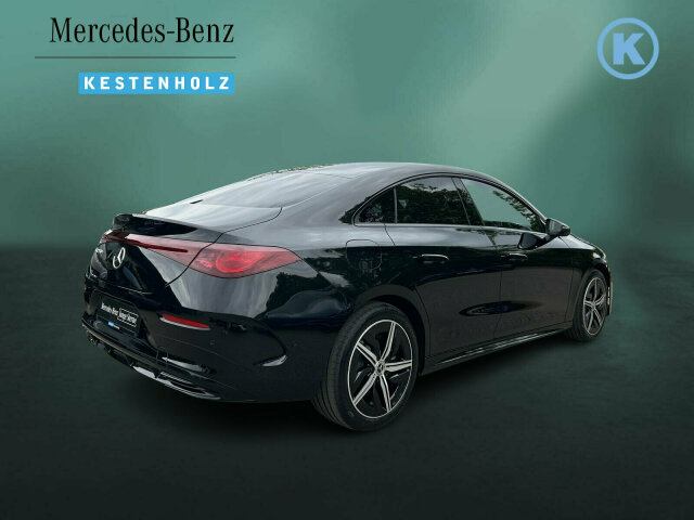 Interne Fahrzeugnr.:: 0923852Ausstattungslinien und -Pakete:  AMG Line,   KEYLESS-GO Komfort-Paket mit Digitalem Extra,   Memory-Paket,   Night-Paket,   Premium-Plus-Paket mit Digitalen Extras,   Spiegel-Paket,   USB-Paket Plus,   Winter-PaketExterieur:  45,7 cm (18") AMG Leichtmetallräder im 5-Speichen-Design,   Anhängevorrichtung mit ESP® Anhängerstabilisierung,   Beheizte Scheibenwischerblätter,   Buendler Mode 3-Kabel,   Flächenbündige Türgriffe,   KURZSTRECKENRADAR - FRONT,   Ladekabel bis 11 kW für Wallbox und öffentliche Ladestation, 5m, glatt,   Ladevorrichtung On-Board-Lader (bis 11 kW),   Leuchtenband hinten,   Mercedes Stern teilbeleuchtet,   Multibeam LED,   Panel mit beleuchtetem Mercedes-Benz Pattern,   Umfeldbeleuchtung mit animierter Projektion des Mercedes-Benz Pattern, 2-fach,   Vorderer Kofferraum mechanisch,   Wärmedämmend dunkel getöntes GlasInterieur:  4-Wege-Lordosenstütze,   12-V-Steckdose für Beifahrer,   Ambientebeleuchtung,   AMG Fußmatten,   Armlehne im Fond,   Bedienungsanleitung und Serviceinformation - deutsch,   Einstiegsleisten beleuchtet mit Wechselcover,   Fahrzeugsteckdose xEV-Ladedose Combo 2 / Typ 2,   Innenhimmel Stoff schwarz,   Klimatisierungsautomatik Thermotronic,   Sitzheizung für Fahrer und Beifahrer,   Sportsitze,   Wendematte Kofferraum in Schwarz,   Wärmepumpe,   Zierelemente Aluminium mit Carbonschliff hellMultimedia:  Burmester® 3D-Surround-Soundsystem,   Digitales Extra: Android Auto,   Digitales Extra: Apple CarPlay,   Digitales Extra: Geschwindigkeitslimit-Funktion,   Digitales Extra: MB.CHARGE Public,   Digitales Extra: MB.DRIVE ASSIST,   Digitales Extra: MB.DRIVE PARKING ASSIST 360,   Digitales Extra: MBUX Augmented Reality für Navigation,   Digitales Extra: MBUX Live Traffic Information,   Digitales Extra: MBUX Navigation,   Digitales Extra: MBUX Smartphone Integration,   Digitales Extra: Streckenbasierte Geschwindigkeits-Anpassung,   Digitales Radio,   Fahrerdisplay,   Gesichtserkennung,   Head-Up Display,   Kabelloses Ladesystem für mobile Endgeräte vorn,   Kommunikationsmodul (5G) für die Nutzung von Digitalen Extras,   MBUX Multimediasystem,   Mercedes-Benz Notrufsystem,   Soundpersonalisierung,   ZentraldisplayKomfort und Umwelt:  360-Grad-Kamera,   Abstands-Assistent DISTRONIC,   Adaptiver Fernlicht-Assistent Plus,   Ausweichlenk-Funktion,   Digitales Extra: Digitaler Fahrzeugschlüssel für Smartphone,   Digitales Extra: Massagefunktion vorn,   Digitales Extra: Park-Assistent,   Digitales Extra: Parktronic,   Digitales Extra: Verkehrszeichen-Assistent,   Geschwindigkeitsbegrenzer,   Geschwindigkeitslimit-Assistent,   Hands-Free Access,   Keyless-Go,   Kofferraumdeckel-Komfortschließung,   Komfortfahrwerk,   Lenk-Assistent,   Lenkradheizung,   Manövrier-Assistent,   Multifunktions-Sportlenkrad in Leder Nappa,   Panoramadach,   Passive Personenanwesenheitserinnerung,   Rückfahrkamera,   Selfie- und Videokamera,   Spurhalte-Funktion,   Spurwechselassistent,   Totwinkel-Assistent,   Totwinkel-Assistent PlusSicherheit:  Akustischer Umfeldschutz,   Ausstiegswarnung,   Bremsassistent,   Digitales Extra: Wiederanfahr-Funktion,   Fahrassistenz-System: Nothalt-Assistent,   Kneebag,   Mittenairbag,   PRE-SAFE ® -System,   Reifendruckkontrolle (RDK)Weiteres:  Digitales Extra: MBUX Entertainment 3 Jahre,   Gleichstrom-Ladesystem (DC-Laden mit 800 V),   Modelljahrcode.