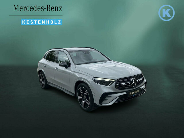 Interne Fahrzeugnr.:: 0923857Ausstattungslinien und -Pakete:  Ablage-Paket,   Advanced-Plus-Paket mit  Digitalen Extras,   AMG Line Advanced Plus,   AMG Line Exterieur,   AMG Line Interieur,   Chrom-Paket,   Chrom-Paket Interieur,   Fahrassistenz-Paket Plus,   Innenraum-Lichtpaket,   Kofferraumkomfort-Paket,   Memory-Paket,   Night-Paket,   Park-Paket mit 360 Grad-Kamera,   Spiegel-Paket,   USB-Paket,   Winter-PaketExterieur:  50,8 cm (20") AMG Leichtmetallräder im 5-Speichen-Design,   AIRPANEL,   Anhängevorrichtung mit ESP® Anhängerstabilisierung,   Außenspiegel elektrisch anklappbar,   Bremsanlage mit größeren Bremsscheiben an der Vorderachse,   Dachreling schwarz,   Diesel-Abgasreinigung mit SDPF,   Diesel-Abgasreinigungsanlage BlueTEC SCR Generation 4,   DIGITAL LIGHT,   Einstiegsleisten mit "Mercedes-Benz" Schriftzug, beleuchtet und mit Wechselcover,   Hintere Sensoren für Spurhalte-Assistent,   Mild Hybrid Antrieb,   Radlaufverbreiterung,   Radlaufverkleidungen in Wagenfarbe,   Scheibenwaschanlage beheizt,   Scheibenwischer mit Regensensor,   Sportlicher Motorsound,   Umfeldbeleuchtung mit Projektion des Markenlogos,   Vorrüstung für Projektionsfunktion Animationen,   Vorrüstung für Projektionsfunktion Symbole,   Wärmedämmend dunkel getöntes GlasInterieur:  4-Wege-Lordosenstütze,   12V-Steckdose im Gepäckraum,   Ambientebeleuchtung,   AMG Fußmatten,   Bedienungsanleitung und Serviceinformation - deutsch,   Doppelcupholder,   Durchlademöglichkeit,   EASY-PACK Laderaumabdeckung,   Innenhimmel Stoff schwarz,   Innenspiegel automatisch abblendend,   Instrumententafel und Bordkanten in Ledernachbildung ARTICO in Nappaoptik,   Klimatisierungsautomatik THERMATIC,   Leder,   Mittelkonsole Metallstruktur,   Sitz-Komfortauflage,   Sitzheizung für Fahrer und Beifahrer,   Sportsitze,   Zierelemente Holz Linde linestructure anthrazit offenporigMultimedia:  Advanced Soundsystem,   Ambientebeleuchtung Plus,   Android Auto,   Apple CarPlay,   Digitales Extra: Erweiterte Funktionen MBUX,   Digitales Extra: MBUX Navigation Premium,   Digitales Extra: Remote Services,   Digitales Extra: Smartphone Integration,   Digitales Extra: Vorrüstung für Live Traffic Information,   Digitales Extra: Vorrüstung für Navigationsdienste,   Digitales Radio,   Fahrerdisplay,   Festplatten-Navigation,   Kabelloses Ladesystem für mobile Endgeräte vorn,   Kommunikationsmodul (5G) für die Nutzung von Mercedes me connect Diensten,   MBUX Multimediasystem,   Mercedes-Benz Notrufsystem,   Sprache Kombiinstrument - deutsch,   Techn. Kommunikationsmodulvariante für ECE,   Vorrüstung für digitale Schlüsselübergabe,   Vorrüstung für digitales Radio,   ZentraldisplayKomfort und Umwelt:  9G-TRONIC,   Abgasreinigung EURO 6 Technik,   Adaptiver Fernlicht-Assistent Plus,   Aktiver Geschwindigkeitslimit-Assistent,   Aktiver Park-Assistent mit PARKTRONIC,   Aktiver Spurhalte-Assistent,   Aktiver Spurwechselassistent,   Ausweichunterstützung (Ausweichassistent),   Automatischer Spurwechsel-Assistent,   Digitales Extra: Verkehrszeichen-Assistent,   Dynamic Select,   Easy-Pack Heckklappe,   Erweitertes automatisches Wiederanfahren im Stau,   i-Size Kindersitzbefestigung,   KEYLESS-GO Start-Funktion,   Lenkradheizung,   Multifunktions-Sportlenkrad in Leder Nappa,   Nothalt-Assistent mit Hands-off Spurwechsel Software,   Panorama-Schiebedach,   Passive Personenanwesenheitserinnerung,   Sportfahrwerk,   Streckenbasierte Geschwindigkeitsanpassung,   Vordersitz links elektrisch verstellbar mit Memory-Funktion,   Vordersitz rechts elektrisch verstellbar mit Memory-FunktionSicherheit:  Aktiver Abstands-Assistent DISTRONIC,   Distronic Plus Querunterstützung (DTR+Q),   Einbruch- und Diebstahlwarnanlage mit Vorrüstung für Kollisionserkennung,   Fingerabdrucksensor,   GUARD 360° Fahrzeugschutz Plus mit Digitalen Extras,   Innenraumabsicherung,   Innenraumabsicherung über Fahrzeughupe,   Mittenairbag,   PRE-SAFE-System Impuls Seite,   PRE-SAFE ® -System,   Reifendruckkontrolle (RDK),   Vorrüstung für GUARD 360° ServicesWeiteres:  Fahrassistenz-System: Rettungsgassen-Assistent,   Modelljahrcode,   Vorrüstung für Projektionsfunktion Linien.