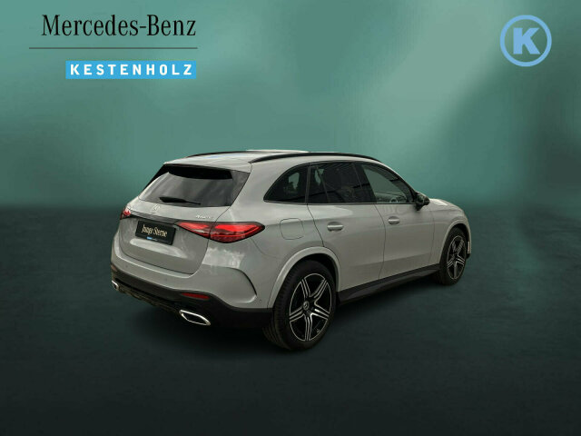 Interne Fahrzeugnr.:: 0923857Ausstattungslinien und -Pakete:  Ablage-Paket,   Advanced-Plus-Paket mit  Digitalen Extras,   AMG Line Advanced Plus,   AMG Line Exterieur,   AMG Line Interieur,   Chrom-Paket,   Chrom-Paket Interieur,   Fahrassistenz-Paket Plus,   Innenraum-Lichtpaket,   Kofferraumkomfort-Paket,   Memory-Paket,   Night-Paket,   Park-Paket mit 360 Grad-Kamera,   Spiegel-Paket,   USB-Paket,   Winter-PaketExterieur:  50,8 cm (20") AMG Leichtmetallräder im 5-Speichen-Design,   AIRPANEL,   Anhängevorrichtung mit ESP® Anhängerstabilisierung,   Außenspiegel elektrisch anklappbar,   Bremsanlage mit größeren Bremsscheiben an der Vorderachse,   Dachreling schwarz,   Diesel-Abgasreinigung mit SDPF,   Diesel-Abgasreinigungsanlage BlueTEC SCR Generation 4,   DIGITAL LIGHT,   Einstiegsleisten mit "Mercedes-Benz" Schriftzug, beleuchtet und mit Wechselcover,   Hintere Sensoren für Spurhalte-Assistent,   Mild Hybrid Antrieb,   Radlaufverbreiterung,   Radlaufverkleidungen in Wagenfarbe,   Scheibenwaschanlage beheizt,   Scheibenwischer mit Regensensor,   Sportlicher Motorsound,   Umfeldbeleuchtung mit Projektion des Markenlogos,   Vorrüstung für Projektionsfunktion Animationen,   Vorrüstung für Projektionsfunktion Symbole,   Wärmedämmend dunkel getöntes GlasInterieur:  4-Wege-Lordosenstütze,   12V-Steckdose im Gepäckraum,   Ambientebeleuchtung,   AMG Fußmatten,   Bedienungsanleitung und Serviceinformation - deutsch,   Doppelcupholder,   Durchlademöglichkeit,   EASY-PACK Laderaumabdeckung,   Innenhimmel Stoff schwarz,   Innenspiegel automatisch abblendend,   Instrumententafel und Bordkanten in Ledernachbildung ARTICO in Nappaoptik,   Klimatisierungsautomatik THERMATIC,   Leder,   Mittelkonsole Metallstruktur,   Sitz-Komfortauflage,   Sitzheizung für Fahrer und Beifahrer,   Sportsitze,   Zierelemente Holz Linde linestructure anthrazit offenporigMultimedia:  Advanced Soundsystem,   Ambientebeleuchtung Plus,   Android Auto,   Apple CarPlay,   Digitales Extra: Erweiterte Funktionen MBUX,   Digitales Extra: MBUX Navigation Premium,   Digitales Extra: Remote Services,   Digitales Extra: Smartphone Integration,   Digitales Extra: Vorrüstung für Live Traffic Information,   Digitales Extra: Vorrüstung für Navigationsdienste,   Digitales Radio,   Fahrerdisplay,   Festplatten-Navigation,   Kabelloses Ladesystem für mobile Endgeräte vorn,   Kommunikationsmodul (5G) für die Nutzung von Mercedes me connect Diensten,   MBUX Multimediasystem,   Mercedes-Benz Notrufsystem,   Sprache Kombiinstrument - deutsch,   Techn. Kommunikationsmodulvariante für ECE,   Vorrüstung für digitale Schlüsselübergabe,   Vorrüstung für digitales Radio,   ZentraldisplayKomfort und Umwelt:  9G-TRONIC,   Abgasreinigung EURO 6 Technik,   Adaptiver Fernlicht-Assistent Plus,   Aktiver Geschwindigkeitslimit-Assistent,   Aktiver Park-Assistent mit PARKTRONIC,   Aktiver Spurhalte-Assistent,   Aktiver Spurwechselassistent,   Ausweichunterstützung (Ausweichassistent),   Automatischer Spurwechsel-Assistent,   Digitales Extra: Verkehrszeichen-Assistent,   Dynamic Select,   Easy-Pack Heckklappe,   Erweitertes automatisches Wiederanfahren im Stau,   i-Size Kindersitzbefestigung,   KEYLESS-GO Start-Funktion,   Lenkradheizung,   Multifunktions-Sportlenkrad in Leder Nappa,   Nothalt-Assistent mit Hands-off Spurwechsel Software,   Panorama-Schiebedach,   Passive Personenanwesenheitserinnerung,   Sportfahrwerk,   Streckenbasierte Geschwindigkeitsanpassung,   Vordersitz links elektrisch verstellbar mit Memory-Funktion,   Vordersitz rechts elektrisch verstellbar mit Memory-FunktionSicherheit:  Aktiver Abstands-Assistent DISTRONIC,   Distronic Plus Querunterstützung (DTR+Q),   Einbruch- und Diebstahlwarnanlage mit Vorrüstung für Kollisionserkennung,   Fingerabdrucksensor,   GUARD 360° Fahrzeugschutz Plus mit Digitalen Extras,   Innenraumabsicherung,   Innenraumabsicherung über Fahrzeughupe,   Mittenairbag,   PRE-SAFE-System Impuls Seite,   PRE-SAFE ® -System,   Reifendruckkontrolle (RDK),   Vorrüstung für GUARD 360° ServicesWeiteres:  Fahrassistenz-System: Rettungsgassen-Assistent,   Modelljahrcode,   Vorrüstung für Projektionsfunktion Linien.