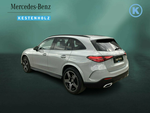 Interne Fahrzeugnr.:: 0923857Ausstattungslinien und -Pakete:  Ablage-Paket,   Advanced-Plus-Paket mit  Digitalen Extras,   AMG Line Advanced Plus,   AMG Line Exterieur,   AMG Line Interieur,   Chrom-Paket,   Chrom-Paket Interieur,   Fahrassistenz-Paket Plus,   Innenraum-Lichtpaket,   Kofferraumkomfort-Paket,   Memory-Paket,   Night-Paket,   Park-Paket mit 360 Grad-Kamera,   Spiegel-Paket,   USB-Paket,   Winter-PaketExterieur:  50,8 cm (20") AMG Leichtmetallräder im 5-Speichen-Design,   AIRPANEL,   Anhängevorrichtung mit ESP® Anhängerstabilisierung,   Außenspiegel elektrisch anklappbar,   Bremsanlage mit größeren Bremsscheiben an der Vorderachse,   Dachreling schwarz,   Diesel-Abgasreinigung mit SDPF,   Diesel-Abgasreinigungsanlage BlueTEC SCR Generation 4,   DIGITAL LIGHT,   Einstiegsleisten mit "Mercedes-Benz" Schriftzug, beleuchtet und mit Wechselcover,   Hintere Sensoren für Spurhalte-Assistent,   Mild Hybrid Antrieb,   Radlaufverbreiterung,   Radlaufverkleidungen in Wagenfarbe,   Scheibenwaschanlage beheizt,   Scheibenwischer mit Regensensor,   Sportlicher Motorsound,   Umfeldbeleuchtung mit Projektion des Markenlogos,   Vorrüstung für Projektionsfunktion Animationen,   Vorrüstung für Projektionsfunktion Symbole,   Wärmedämmend dunkel getöntes GlasInterieur:  4-Wege-Lordosenstütze,   12V-Steckdose im Gepäckraum,   Ambientebeleuchtung,   AMG Fußmatten,   Bedienungsanleitung und Serviceinformation - deutsch,   Doppelcupholder,   Durchlademöglichkeit,   EASY-PACK Laderaumabdeckung,   Innenhimmel Stoff schwarz,   Innenspiegel automatisch abblendend,   Instrumententafel und Bordkanten in Ledernachbildung ARTICO in Nappaoptik,   Klimatisierungsautomatik THERMATIC,   Leder,   Mittelkonsole Metallstruktur,   Sitz-Komfortauflage,   Sitzheizung für Fahrer und Beifahrer,   Sportsitze,   Zierelemente Holz Linde linestructure anthrazit offenporigMultimedia:  Advanced Soundsystem,   Ambientebeleuchtung Plus,   Android Auto,   Apple CarPlay,   Digitales Extra: Erweiterte Funktionen MBUX,   Digitales Extra: MBUX Navigation Premium,   Digitales Extra: Remote Services,   Digitales Extra: Smartphone Integration,   Digitales Extra: Vorrüstung für Live Traffic Information,   Digitales Extra: Vorrüstung für Navigationsdienste,   Digitales Radio,   Fahrerdisplay,   Festplatten-Navigation,   Kabelloses Ladesystem für mobile Endgeräte vorn,   Kommunikationsmodul (5G) für die Nutzung von Mercedes me connect Diensten,   MBUX Multimediasystem,   Mercedes-Benz Notrufsystem,   Sprache Kombiinstrument - deutsch,   Techn. Kommunikationsmodulvariante für ECE,   Vorrüstung für digitale Schlüsselübergabe,   Vorrüstung für digitales Radio,   ZentraldisplayKomfort und Umwelt:  9G-TRONIC,   Abgasreinigung EURO 6 Technik,   Adaptiver Fernlicht-Assistent Plus,   Aktiver Geschwindigkeitslimit-Assistent,   Aktiver Park-Assistent mit PARKTRONIC,   Aktiver Spurhalte-Assistent,   Aktiver Spurwechselassistent,   Ausweichunterstützung (Ausweichassistent),   Automatischer Spurwechsel-Assistent,   Digitales Extra: Verkehrszeichen-Assistent,   Dynamic Select,   Easy-Pack Heckklappe,   Erweitertes automatisches Wiederanfahren im Stau,   i-Size Kindersitzbefestigung,   KEYLESS-GO Start-Funktion,   Lenkradheizung,   Multifunktions-Sportlenkrad in Leder Nappa,   Nothalt-Assistent mit Hands-off Spurwechsel Software,   Panorama-Schiebedach,   Passive Personenanwesenheitserinnerung,   Sportfahrwerk,   Streckenbasierte Geschwindigkeitsanpassung,   Vordersitz links elektrisch verstellbar mit Memory-Funktion,   Vordersitz rechts elektrisch verstellbar mit Memory-FunktionSicherheit:  Aktiver Abstands-Assistent DISTRONIC,   Distronic Plus Querunterstützung (DTR+Q),   Einbruch- und Diebstahlwarnanlage mit Vorrüstung für Kollisionserkennung,   Fingerabdrucksensor,   GUARD 360° Fahrzeugschutz Plus mit Digitalen Extras,   Innenraumabsicherung,   Innenraumabsicherung über Fahrzeughupe,   Mittenairbag,   PRE-SAFE-System Impuls Seite,   PRE-SAFE ® -System,   Reifendruckkontrolle (RDK),   Vorrüstung für GUARD 360° ServicesWeiteres:  Fahrassistenz-System: Rettungsgassen-Assistent,   Modelljahrcode,   Vorrüstung für Projektionsfunktion Linien.