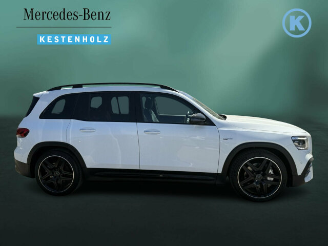 Interne Fahrzeugnr.:: 0923891Ausstattungslinien und -Pakete:  AMG Line,   AMG Night-Paket,   ENERGIZING Paket Plus,   Fahrassistenz-Paket,   Licht- und Sicht-Paket,   MBUX High-End-Paket,   Park-Paket mit 360 Grad-Kamera,   Sitzkomfort-Paket,   Spiegel-PaketExterieur:  50,8 cm (20") AMG Leichtmetallräder im 5-Doppelspeichen-Design,   AMG DYNAMIC SELECT,   AMG Ride Control Fahrwerk,   Außenspiegel elektrisch anklappbar,   Außenspiegel fahrerseitig automatisch abblendend,   Dachreling schwarz,   Kraftstoffbehälter mit größerem Inhalt,   Multibeam LED,   Scheibenwaschanlage beheizt,   Scheibenwischer mit Regensensor,   Wärmedämmend dunkel getöntes GlasInterieur:  4-Wege-Lordosenstütze,   Ablagefach in Mittelkonsole mit Rollo,   Ambientebeleuchtung,   AMG Fußmatten,   Armlehne im Fond,   Bedienungsanleitung und Serviceinformation - deutsch,   designo Sicherheitsgurte rot,   Doppelcupholder,   Gepäcknetz an Fahrer- und Beifahrerlehne,   Innenhimmel Stoff schwarz,   Klimatisierungsautomatik Thermotronic,   Sitzheizung für Fahrer und Beifahrer,   Sitzlehnen im Fond klappbar,   Sonnenblende mit beleuchtetem Make-up-Spiegel,   Sportsitze,   Touchpad,   Zierelemente CarbonstrukturMultimedia:  Advanced Soundsystem,   Android Auto,   Apple CarPlay,   Central Media Display,   Digitales Extra: Erweiterte Funktionen MBUX,   Digitales Extra: Festplatten-Navigation,   Digitales Extra: MBUX Augmented Reality für Navigation,   Digitales Extra: MBUX Navigation Plus,   Digitales Extra: Smartphone Integration,   Digitales Extra: Vorrüstung für Live Traffic Information,   Digitales Extra: Vorrüstung für Navigationsdienste,   Digitales Radio,   GPS-Antenne,   Kabelloses Ladesystem für mobile Endgeräte vorn,   Kommunikationsmodul für die Nutzung von Mercedes connect me Diensten,   MBUX Multimediasystem,   Mercedes-Benz Notrufsystem,   Sprache Kombiinstrument - deutsch,   Techn. Kommunikationsmodulvariante für ECE,   Volldigitales Instrumenten-Display,   Vorrüstung für Car Sharing,   Vorrüstung für digitales Radio,   Vorrüstung für Fahrzeug Monitoring,   Vorrüstung für Fahrzeug SetupKomfort und Umwelt:  Abgasreinigung EURO 6 Technik,   Adaptiver Fernlicht-Assistent Plus,   Aktiver Geschwindigkeitslimit-Assistent,   Aktiver Lenk-Assistent,   Aktiver Park-Assistent mit PARKTRONIC,   Aktiver Spurwechselassistent,   aktive Verstelldämpfung "Normally open",   AMG SPEEDSHIFT DCT 8G,   Digitales Extra: Verkehrszeichen-Assistent,   Direktlenkung,   Easy-Pack Heckklappe,   Erweitertes automatisches Wiederanfahren im Stau,   Fahrersitz elektrisch einstellbar mit Memory-Funktion,   Galvanisierte Lenkradschaltpaddles,   i-Size Kindersitzbefestigung,   Keyless-Go,   Keyless-Go Komfort Paket,   Multifunktions-Sportlenkrad in Leder Nappa,   Ottopartikelfilter,   Panorama-Schiebedach,   Streckenbasierte GeschwindigkeitsanpassungSicherheit:  Aktiver Abstands-Assistent DISTRONIC,   Ausstiegswarnfunktion,   Automatische Beifahrerairbag-Abschaltung,   Fußgängerschutz,   Kneebag,   Lenkradbedienung für Aktiven Abstands-Assistent DISTRONIC,   PRE-SAFE ® -System,   Reifendruckkontrolle (RDK),   Sidebags im FondWeiteres:  Ledernachbildung ARTICO / Mikrofaser MICROCUT Polsterung Ledernachbildung ARTICO / Mikrofaser MICROC,   Modelljahrcode.