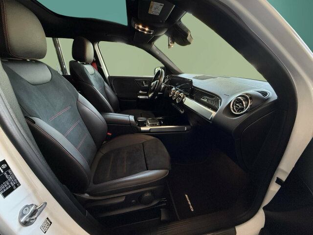Interne Fahrzeugnr.:: 0923891Ausstattungslinien und -Pakete:  AMG Line,   AMG Night-Paket,   ENERGIZING Paket Plus,   Fahrassistenz-Paket,   Licht- und Sicht-Paket,   MBUX High-End-Paket,   Park-Paket mit 360 Grad-Kamera,   Sitzkomfort-Paket,   Spiegel-PaketExterieur:  50,8 cm (20") AMG Leichtmetallräder im 5-Doppelspeichen-Design,   AMG DYNAMIC SELECT,   AMG Ride Control Fahrwerk,   Außenspiegel elektrisch anklappbar,   Außenspiegel fahrerseitig automatisch abblendend,   Dachreling schwarz,   Kraftstoffbehälter mit größerem Inhalt,   Multibeam LED,   Scheibenwaschanlage beheizt,   Scheibenwischer mit Regensensor,   Wärmedämmend dunkel getöntes GlasInterieur:  4-Wege-Lordosenstütze,   Ablagefach in Mittelkonsole mit Rollo,   Ambientebeleuchtung,   AMG Fußmatten,   Armlehne im Fond,   Bedienungsanleitung und Serviceinformation - deutsch,   designo Sicherheitsgurte rot,   Doppelcupholder,   Gepäcknetz an Fahrer- und Beifahrerlehne,   Innenhimmel Stoff schwarz,   Klimatisierungsautomatik Thermotronic,   Sitzheizung für Fahrer und Beifahrer,   Sitzlehnen im Fond klappbar,   Sonnenblende mit beleuchtetem Make-up-Spiegel,   Sportsitze,   Touchpad,   Zierelemente CarbonstrukturMultimedia:  Advanced Soundsystem,   Android Auto,   Apple CarPlay,   Central Media Display,   Digitales Extra: Erweiterte Funktionen MBUX,   Digitales Extra: Festplatten-Navigation,   Digitales Extra: MBUX Augmented Reality für Navigation,   Digitales Extra: MBUX Navigation Plus,   Digitales Extra: Smartphone Integration,   Digitales Extra: Vorrüstung für Live Traffic Information,   Digitales Extra: Vorrüstung für Navigationsdienste,   Digitales Radio,   GPS-Antenne,   Kabelloses Ladesystem für mobile Endgeräte vorn,   Kommunikationsmodul für die Nutzung von Mercedes connect me Diensten,   MBUX Multimediasystem,   Mercedes-Benz Notrufsystem,   Sprache Kombiinstrument - deutsch,   Techn. Kommunikationsmodulvariante für ECE,   Volldigitales Instrumenten-Display,   Vorrüstung für Car Sharing,   Vorrüstung für digitales Radio,   Vorrüstung für Fahrzeug Monitoring,   Vorrüstung für Fahrzeug SetupKomfort und Umwelt:  Abgasreinigung EURO 6 Technik,   Adaptiver Fernlicht-Assistent Plus,   Aktiver Geschwindigkeitslimit-Assistent,   Aktiver Lenk-Assistent,   Aktiver Park-Assistent mit PARKTRONIC,   Aktiver Spurwechselassistent,   aktive Verstelldämpfung "Normally open",   AMG SPEEDSHIFT DCT 8G,   Digitales Extra: Verkehrszeichen-Assistent,   Direktlenkung,   Easy-Pack Heckklappe,   Erweitertes automatisches Wiederanfahren im Stau,   Fahrersitz elektrisch einstellbar mit Memory-Funktion,   Galvanisierte Lenkradschaltpaddles,   i-Size Kindersitzbefestigung,   Keyless-Go,   Keyless-Go Komfort Paket,   Multifunktions-Sportlenkrad in Leder Nappa,   Ottopartikelfilter,   Panorama-Schiebedach,   Streckenbasierte GeschwindigkeitsanpassungSicherheit:  Aktiver Abstands-Assistent DISTRONIC,   Ausstiegswarnfunktion,   Automatische Beifahrerairbag-Abschaltung,   Fußgängerschutz,   Kneebag,   Lenkradbedienung für Aktiven Abstands-Assistent DISTRONIC,   PRE-SAFE ® -System,   Reifendruckkontrolle (RDK),   Sidebags im FondWeiteres:  Ledernachbildung ARTICO / Mikrofaser MICROCUT Polsterung Ledernachbildung ARTICO / Mikrofaser MICROC,   Modelljahrcode.