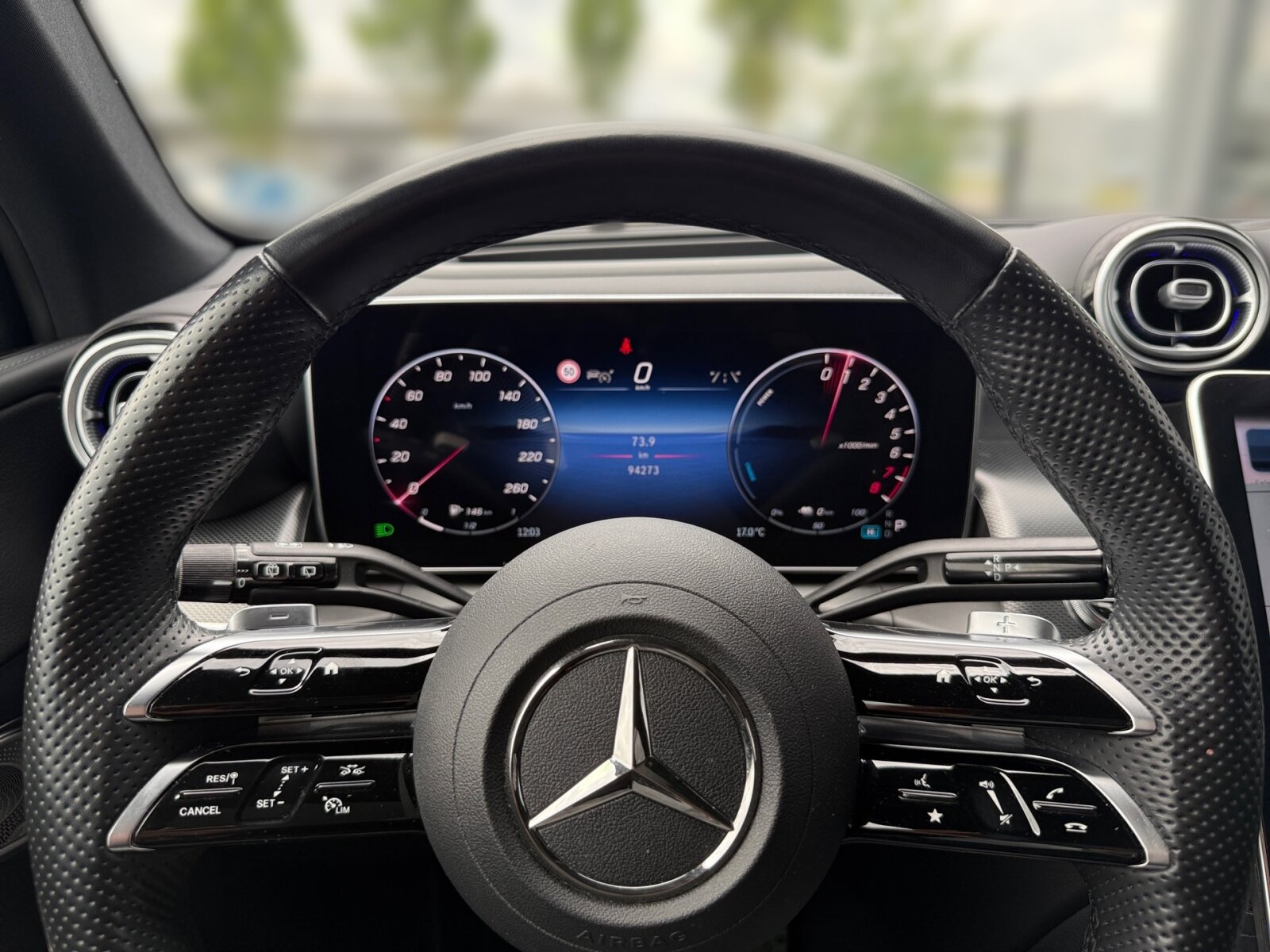 Ausstattungslinien und -Pakete:  Ablage-Paket,   AIR-BALANCE Paket,   AMG Line Exterieur:  AMG Line Interieur:  AMG Line Premium Plus,   AMG Styling:  Chrom-Paket Exterieur,   Chrom-Paket Interieur,   Digitales Extra: Individualisierungs-Paket,   ENERGIZING Paket Plus,   Innenraum-Lichtpaket,   Kofferraumkomfort-Paket:  Memory-Paket:  Park-Paket mit 360 Grad-Kamera:  Premium-Plus-Paket mit Digitalen Extras,   Spiegel-Paket:  USB-Paket PlusExterieur:  AIRPANEL,   AMG DYNAMIC SELECT,   Anhängevorrichtung mit ESP® Anhängerstabilisierung:  Außenspiegel elektrisch anklappbar:  Buendler Mode 2-Kabel Haushalt,   Buendler Mode 3-Kabel,   Dachreling in poliertem Aluminium,   Digitales Extra: Sportlicher Motorsound,   DIGITAL LIGHT:  Drucktanksystem,   Einstiegsleisten mit "Mercedes-Benz" Schriftzug, beleuchtet:  Fahrzeug mit Linkslenkung,   Fahrzeugsteckdose,   Identifikationsschild mit VIN-Nummer,   Ladevorrichtung On-Board-Lader (bis 11 kW),   Motor-Restwärmenutzung,   Radgröße 20" Mischbereifung Variante 1,   Radlaufverbreiterung,   Radlaufverkleidungen in Wagenfarbe,   Scheibenwaschanlage beheizt,   Scheibenwischer mit Regensensor,   Speed+ - Loadindex 105W XL + 108W XL,   Steuercode für Aktionierungssteuerung WLTP,   Steuercode Umstellung WLTP mit RDE,   Transparente Motorhaube,   Umfeldbeleuchtung mit Projektion des Markenlogos,   Umstellung MODE 2-Ladekabel auf Generation 5.1,   Vorrüstung für Projektionsfunktion Animationen,   Vorrüstung für Projektionsfunktion Symbole,   Wärmedämmend dunkel getöntes GlasInterieur:  Ambientebeleuchtung:  Bedienungsanleitung und Serviceinformation - deutsch,   Doppelcupholder:  Durchlademöglichkeit:  EASY-PACK Laderaumabdeckung:  Innenhimmel Stoff schwarz,   Innenspiegel automatisch abblendend,   Instrumententafel und Bordkanten in Ledernachbildung ARTICO in Nappaoptik,   Klimatisierungsautomatik Thermotronic:  Komfortsitze:  Mittelkonsole Rautenoptik silbergrau,   Multikontursitze für Fahrer und Beifahrer,   Projektionsfunktionen für DIGITAL LIGHT mit Digitalen Extras,   Serviceintervall 25.000 km:  Sitzheizung im Fond:  Steckdose im Kofferraum,   Wärme- und geräuschdämmendes Akustikglas,   Zierelemente Rautenoptik silbergrau:Multimedia:  Ambientebeleuchtung Plus,   Android Auto:  Apple CarPlay:  Burmester® 3D-Surround-Soundsystem:  Digitales Extra: Erweiterte Funktionen MBUX,   Digitales Extra: MBUX Navigation Premium,   Digitales Extra: Remote und Charging Services Plus,   Digitales Extra: Smartphone Integration,   Digitales Extra: Vorrüstung für Live Traffic Information,   Digitales Extra: Vorrüstung für MBUX Entertainment,   Digitales Extra: Vorrüstung für Navigationsdienste,   Digitales Extra: Vorrüstung für Remote- und Navigationsdienste,   Digitales Radio:  Fahrerdisplay,   Festplatten-Navigation:  Head-Up Display:  Headunit Länderset für ECE (NTG 7),   Kabelloses Ladesystem für mobile Endgeräte vorn:  Kommunikationsmodul (LTE) für die Nutzung von Digitalen Extras,   MBUX Multimediasystem:  Mercedes-Benz Notrufsystem:  Soundpersonalisierung,   Sprache Kombiinstrument - deutsch,   Techn. Kommunikationsmodulvariante für ECE,   Vorrüstung für digitale Schlüsselübergabe,   Vorrüstung für digitales Radio:  Zentraldisplay:Komfort und Umwelt:  9G-TRONIC:  360°-Kamera:  Adaptiver Fernlicht-Assistent Plus:  Aktiver Park-Assistent mit PARKTRONIC:  Aktiver Spurhalte-Assistent:  Digitales Extra: Verkehrszeichen-Assistent,   Easy-Pack Heckklappe:  i-Size Kindersitzbefestigung,   Keyless-Go,   KEYLESS-GO Start-Funktion:  Komfortfahrwerk:  Kraftstofftanksystem für EU6d-Norm:  Lenkradheizung:  Multifunktions-Sportlenkrad in Leder Nappa:  Niveauregulierung:  Panorama-Schiebedach:  Sitzklimatisierung für Fahrer und Beifahrer:  Totwinkel-Assistent:  Vordersitz links elektrisch verstellbar mit Memory-Funktion,   Vordersitz rechts elektrisch verstellbar mit Memory-Funktion:Sicherheit:  Akustischer Umfeldschutz,   Automatische Beifahrerairbag-Abschaltung,   Deaktivierung Schließrückmeldung über Fanfare,   Digitales Extra: Aktiver Abstands-Assistent DISTRONIC,   Fingerabdrucksensor,   Fondgurt-Statusanzeige im Instrumenten-Display,   Mittenairbag:  Rating Länderset EURO-NCAP,   Reifendruckkontrolle (RDK):Weiteres:  20" AMG Leichtmetallräder im 5-Speichen-Design,   AEJ 22/1,   COLDEND TECHNIK TYP 1,   HOTEND TECHNIK TYP II-B,   Kältemittel 1234yf,   Modelljahrcode:  Rohbaulaststufe 2.