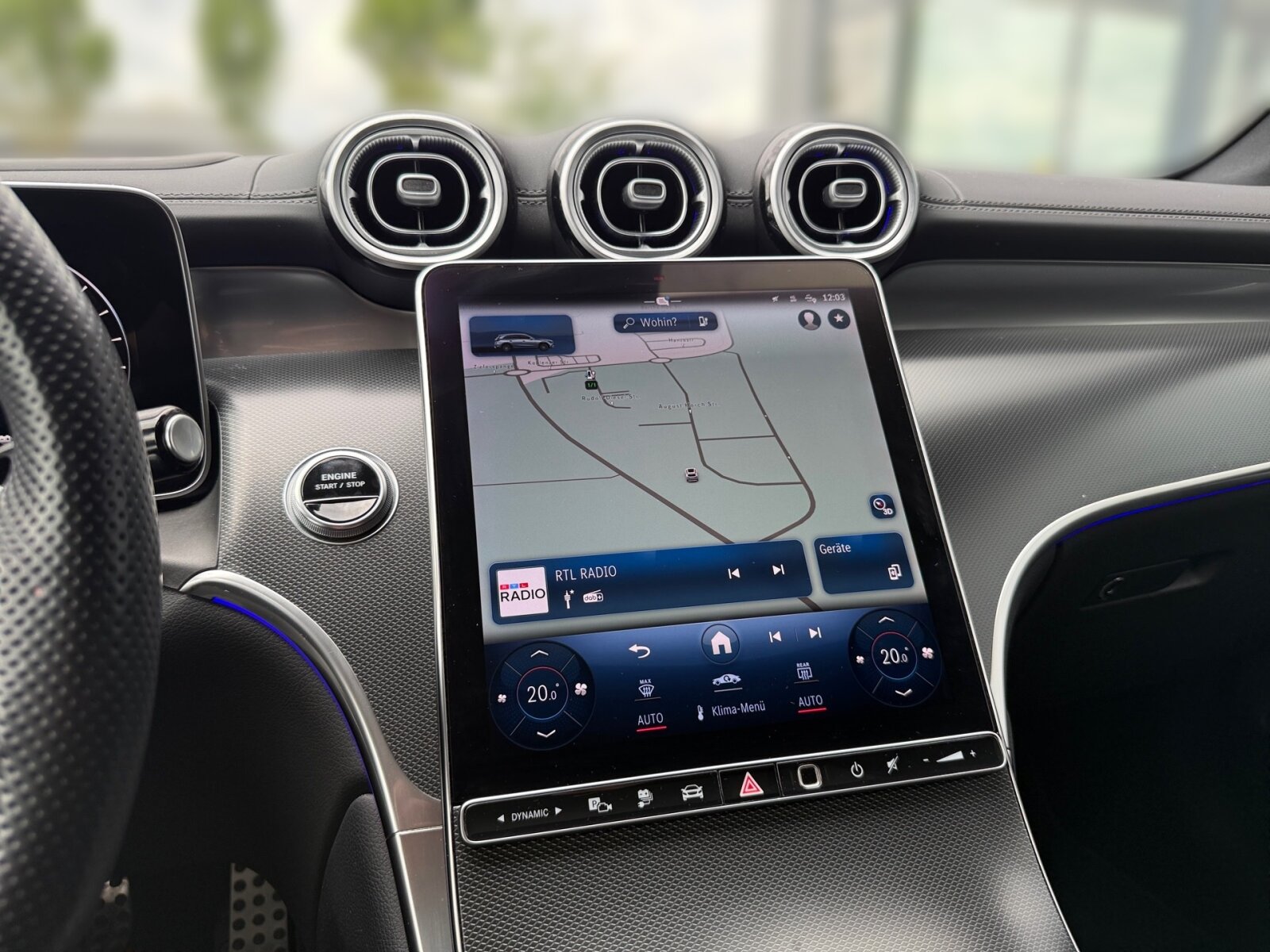 Ausstattungslinien und -Pakete:  Ablage-Paket,   AIR-BALANCE Paket,   AMG Line Exterieur:  AMG Line Interieur:  AMG Line Premium Plus,   AMG Styling:  Chrom-Paket Exterieur,   Chrom-Paket Interieur,   Digitales Extra: Individualisierungs-Paket,   ENERGIZING Paket Plus,   Innenraum-Lichtpaket,   Kofferraumkomfort-Paket:  Memory-Paket:  Park-Paket mit 360 Grad-Kamera:  Premium-Plus-Paket mit Digitalen Extras,   Spiegel-Paket:  USB-Paket PlusExterieur:  AIRPANEL,   AMG DYNAMIC SELECT,   Anhängevorrichtung mit ESP® Anhängerstabilisierung:  Außenspiegel elektrisch anklappbar:  Buendler Mode 2-Kabel Haushalt,   Buendler Mode 3-Kabel,   Dachreling in poliertem Aluminium,   Digitales Extra: Sportlicher Motorsound,   DIGITAL LIGHT:  Drucktanksystem,   Einstiegsleisten mit "Mercedes-Benz" Schriftzug, beleuchtet:  Fahrzeug mit Linkslenkung,   Fahrzeugsteckdose,   Identifikationsschild mit VIN-Nummer,   Ladevorrichtung On-Board-Lader (bis 11 kW),   Motor-Restwärmenutzung,   Radgröße 20" Mischbereifung Variante 1,   Radlaufverbreiterung,   Radlaufverkleidungen in Wagenfarbe,   Scheibenwaschanlage beheizt,   Scheibenwischer mit Regensensor,   Speed+ - Loadindex 105W XL + 108W XL,   Steuercode für Aktionierungssteuerung WLTP,   Steuercode Umstellung WLTP mit RDE,   Transparente Motorhaube,   Umfeldbeleuchtung mit Projektion des Markenlogos,   Umstellung MODE 2-Ladekabel auf Generation 5.1,   Vorrüstung für Projektionsfunktion Animationen,   Vorrüstung für Projektionsfunktion Symbole,   Wärmedämmend dunkel getöntes GlasInterieur:  Ambientebeleuchtung:  Bedienungsanleitung und Serviceinformation - deutsch,   Doppelcupholder:  Durchlademöglichkeit:  EASY-PACK Laderaumabdeckung:  Innenhimmel Stoff schwarz,   Innenspiegel automatisch abblendend,   Instrumententafel und Bordkanten in Ledernachbildung ARTICO in Nappaoptik,   Klimatisierungsautomatik Thermotronic:  Komfortsitze:  Mittelkonsole Rautenoptik silbergrau,   Multikontursitze für Fahrer und Beifahrer,   Projektionsfunktionen für DIGITAL LIGHT mit Digitalen Extras,   Serviceintervall 25.000 km:  Sitzheizung im Fond:  Steckdose im Kofferraum,   Wärme- und geräuschdämmendes Akustikglas,   Zierelemente Rautenoptik silbergrau:Multimedia:  Ambientebeleuchtung Plus,   Android Auto:  Apple CarPlay:  Burmester® 3D-Surround-Soundsystem:  Digitales Extra: Erweiterte Funktionen MBUX,   Digitales Extra: MBUX Navigation Premium,   Digitales Extra: Remote und Charging Services Plus,   Digitales Extra: Smartphone Integration,   Digitales Extra: Vorrüstung für Live Traffic Information,   Digitales Extra: Vorrüstung für MBUX Entertainment,   Digitales Extra: Vorrüstung für Navigationsdienste,   Digitales Extra: Vorrüstung für Remote- und Navigationsdienste,   Digitales Radio:  Fahrerdisplay,   Festplatten-Navigation:  Head-Up Display:  Headunit Länderset für ECE (NTG 7),   Kabelloses Ladesystem für mobile Endgeräte vorn:  Kommunikationsmodul (LTE) für die Nutzung von Digitalen Extras,   MBUX Multimediasystem:  Mercedes-Benz Notrufsystem:  Soundpersonalisierung,   Sprache Kombiinstrument - deutsch,   Techn. Kommunikationsmodulvariante für ECE,   Vorrüstung für digitale Schlüsselübergabe,   Vorrüstung für digitales Radio:  Zentraldisplay:Komfort und Umwelt:  9G-TRONIC:  360°-Kamera:  Adaptiver Fernlicht-Assistent Plus:  Aktiver Park-Assistent mit PARKTRONIC:  Aktiver Spurhalte-Assistent:  Digitales Extra: Verkehrszeichen-Assistent,   Easy-Pack Heckklappe:  i-Size Kindersitzbefestigung,   Keyless-Go,   KEYLESS-GO Start-Funktion:  Komfortfahrwerk:  Kraftstofftanksystem für EU6d-Norm:  Lenkradheizung:  Multifunktions-Sportlenkrad in Leder Nappa:  Niveauregulierung:  Panorama-Schiebedach:  Sitzklimatisierung für Fahrer und Beifahrer:  Totwinkel-Assistent:  Vordersitz links elektrisch verstellbar mit Memory-Funktion,   Vordersitz rechts elektrisch verstellbar mit Memory-Funktion:Sicherheit:  Akustischer Umfeldschutz,   Automatische Beifahrerairbag-Abschaltung,   Deaktivierung Schließrückmeldung über Fanfare,   Digitales Extra: Aktiver Abstands-Assistent DISTRONIC,   Fingerabdrucksensor,   Fondgurt-Statusanzeige im Instrumenten-Display,   Mittenairbag:  Rating Länderset EURO-NCAP,   Reifendruckkontrolle (RDK):Weiteres:  20" AMG Leichtmetallräder im 5-Speichen-Design,   AEJ 22/1,   COLDEND TECHNIK TYP 1,   HOTEND TECHNIK TYP II-B,   Kältemittel 1234yf,   Modelljahrcode:  Rohbaulaststufe 2.