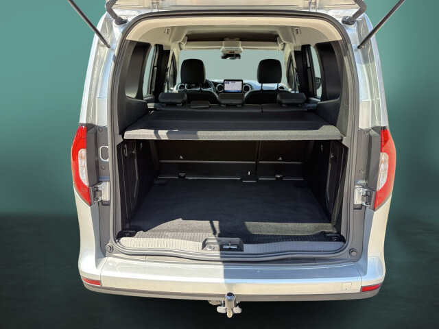 Interne Fahrzeugnr.:: 0924013Ausstattungslinien und -Pakete:  Advantage-Paket,   Aktives Sicherheits-Paket,   Chrom Interieur-Paket,   Edition,   Modellgeneration 0,   Navigation Paket,   Ohne Aufbauhersteller Sondermodul,   Ohne Paket BAUSTELLE,   Progressive,   Sondermodell,   Spiegel-Paket,   Technik-Paket,   Winter-PaketExterieur:  17" Leichtmetallräder,   43,2 cm (17'') LM-Räder im 5-Speichen-Design,   Abdeckung Schiebetürschiene in Wagenfarbe,   Anhängerkupplung Kugelkopf fest,   Ausführung Standard,   Außenspiegel elektr. heranklappbar u. verstellbar,   Außenspiegel lackiert in Wagenfarbe,   Dachreling mit integriertem Grundträger,   ECO Catalysator 90g,   Einstiegsleisten mit "Mercedes-Benz" Schriftzug,   EMISSIONSKLASSE EURO 6E M/N1 GR. II,   Fenster in Heckklappe mit Wisch- und Waschanlage,   Frontscheibe heizbar,   Gewichtsvariante 2.199 kg,   Griffleiste über Kennzeichen in Wagenfarbe,   Heckklappe,   Heckscheibe heizbar,   Inland - Code,   INTERNER CODE AC1B2,   Kältemittel R-1234yf,   Kühlergrill verchromt,   Laderaum-Schiebetür links mit Fenster,   LED High Performance-Scheinwerfer,   Modellgeneration GSR2B,   Nebelscheinwerfer in LED-Technik,   Ohne Ladekabel Traktionsbatterie E-Cell,   Ohne Staub-Kit,   Ohne Steinschlagschutz,   Premium Komplettradschutz (3 Jahre),   Schiebetür rechts mit Fenster,   Standardwegausführung,   STEUERCODE - B2C Identifier,   Steuercode Umstellung WLTP,   Türgriffe lackiert in Wagenfarbe,   Verbrenner,   VIN von außen sichtbar,   Wischwasserbehälter mit größerem Volumen,   Zierstab Heckklappe ChromInterieur:  Ambientebeleuchtung,   Armlehne mit Staufach,   Elektrische Fensterheber in Schiebetüren,   Fahrersitz höhenverstellbar mit Lordosestütze,   Fenster fest hinten,   Fensterheber vorn elektr. m. Komfortbedienfunktion,   Fondsitzbank FOLD &amp; LOAD 1/3 : 2/3 teilbar,   Gepäckraumabdeckung,   Handschuhfach, Beifahrerseite, geschlossen,   Innenraumbeleuchtung in LED-Technik,   Innenraumspiegel,   Innenspiegel  automatisch abblendend,   Innenverkleidung gehobene Ausführung,   Klimatisierungsautomatik Thermotronic,   Klimazone 2 (gemäßigt),   Kopfstützen für Fahrgastraumsitze,   Kraftstofffilter mit Wasserabscheider,   Lederlenkrad,   Mit Gurt Mittelsitz Fond,   Mittelarmlehne ARTICO &amp; Türfelder NEOTEX,   Ohne Lastschutznetz,   Ohne Sitze in Reihe 3,   Schaltknauf Leder,   Sitzbezugsart Stoff,   Sitzheizung für Fahrer und Beifahrer,   Spiegel in Beifahrer-Sonnenblende,   Spiegel in Fahrer-Sonnenblende,   Steckdose 12 V im Fahrgastraum,   Steckdose 12 V Kofferraum / Laderaum,   Tachometer km/h,   Tasche an Fahrer- und Beifahrerrückenlehne,   Teilbelederte I-Tafel in Ledernachbildung ARTICO,   Teppichboden Fahrgastraum,   Teppichboden Kofferraum,   Tisch und beleuchtete Zierelemente an Rückenlehne,   Warmluftkanal zum Fahrgastraum,   Zierelemente Mattlack Seidenoptik silber,   Zierelement I-Tafel Hochglanzlack schwarzMultimedia:  2 USB Schnittstellen in Mittelkonsole hinten,   Digitales Extra: Erweiterte MBUX Funktionen,   Digitales Extra: Festplatten-Navigation,   Digitales Extra: Remote Services Plus,   Digitales Extra: Smartphone Integration,   Digitales Radio (DAB),   Kabelloses Ladesystem für mobile Endgeräte,   Kombiinstrument mit Farbdisplay,   Kommunikationsmodul (LTE) für digitale Dienste,   Live Traffic Information,   MBUX Multimediasystem und Navi mit 9,5 Zoll Display,   Mercedes-Benz Notrufsystem,   Navigation PLUS,   Sprache Kombiinstrument - deutsch,   Vorrüstung für Digitale ExtrasKomfort und Umwelt:  7-Gang-Automatikgetriebe,   Aktiver Park-Assistent,   Aktiver Spurhalte-Assistent,   ATTENTION ASSIST B,   Berganfahrhilfe,   Colorverglasung im Fond, Schwarzglas,   Diesel,   ECO Start-Stop Funktion,   Fernlichtassistent,   i-Size Kindersitzbefestigung,   Intelligenter Geschwindigkeitsassistent (ISA),   Keyless-Go,   Lenkradheizung,   Lenkrad in Neigung und Höhe verstellbar,   Licht- und Regensensor,   Mercedes-Benz Mobilo mit DSB und GgD,   Multifunktionslenkrad,   Partikelfilter,   Rückfahrkamera,   Tempomat,   Totwinkel-Assistent,   Zuheizer  elektrischSicherheit:  Airbag Fahrer und Beifahrer,   Aktiver Brems-Assistent,   Automatische Beifahrerairbag-Abschaltung,   Bremsanlage mit ABS und ASR,   elek. Feststellbremse,   Elektronisches Stabilitätsprogramm (ESP),   Gurtwarneinrichtung für Fahrer, Beifahrer und Fond,   Kindersicherung Türen und Fenster im Fahrgastraum,   Mittenairbag, Thorax-Sidebags, Windowbags v. + h.,   Ohne Einbruch-/Diebstahlwarnanlage,   Reifendrucküberwachung an VA u. HA, drahtlos,   Unterbodenschutz Kunststoff,   Verbandtasche,   WarndreieckZustand/Papiere:  COC-Papiere.