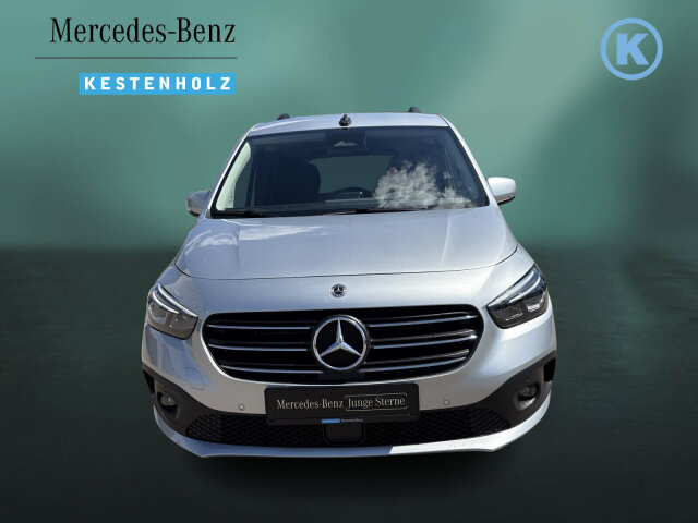 Interne Fahrzeugnr.:: 0924015Ausstattungslinien und -Pakete:  Advantage-Paket,   Aktives Sicherheits-Paket,   Chrom Interieur-Paket,   Edition,   Modellgeneration 0,   Navigation Paket,   Ohne Aufbauhersteller Sondermodul,   Ohne Paket BAUSTELLE,   Progressive,   Sondermodell,   Spiegel-Paket,   Technik-Paket,   Winter-PaketExterieur:  16" Leichtmetallräder,   40,6 cm (16'') LM-Räder im 10-Speichen-Design,   Abdeckung Schiebetürschiene in Wagenfarbe,   Ausführung Standard,   Außenspiegel elektr. heranklappbar u. verstellbar,   Außenspiegel lackiert in Wagenfarbe,   Dachreling mit integriertem Grundträger,   ECO Catalysator 90g,   Einstiegsleisten mit "Mercedes-Benz" Schriftzug,   EMISSIONSKLASSE EURO 6E M/N1 GR. II,   Fenster in Heckklappe mit Wisch- und Waschanlage,   Frontscheibe heizbar,   Gewichtsvariante 2.199 kg,   Griffleiste über Kennzeichen in Wagenfarbe,   Heckklappe,   Heckscheibe heizbar,   Inland - Code,   INTERNER CODE AC1B2,   Komplettfahrzeug,   Kältemittel R-1234yf,   Kühlergrill verchromt,   Laderaum-Schiebetür links mit Fenster,   LED High Performance-Scheinwerfer,   Modellgeneration GSR2B,   Nebelscheinwerfer in LED-Technik,   Ohne Ladekabel Traktionsbatterie E-Cell,   Ohne Staub-Kit,   Ohne Steinschlagschutz,   Premium Komplettradschutz (3 Jahre),   Querträger für Anhängerkupplung,   Radstand 2716 mm,   Schiebetür rechts mit Fenster,   Standardwegausführung,   STEUERCODE - B2C Identifier,   Steuercode Umstellung WLTP,   Steuercode Vertrieb,   Steuercode Werk,   Türgriffe lackiert in Wagenfarbe,   Verbrenner,   VIN von außen sichtbar,   Wischwasserbehälter mit größerem Volumen,   Zierstab Heckklappe ChromInterieur:  Ambientebeleuchtung,   Armlehne mit Staufach,   Elektrische Fensterheber in Schiebetüren,   Fahrersitz höhenverstellbar mit Lordosestütze,   Fenster fest hinten,   Fensterheber vorn elektr. m. Komfortbedienfunktion,   Fondsitzbank FOLD &amp; LOAD 1/3 : 2/3 teilbar,   Gepäckraumabdeckung,   Gepäcksicherungsnetz,   Handschuhfach, Beifahrerseite, geschlossen,   Innenraumbeleuchtung in LED-Technik,   Innenraumspiegel,   Innenspiegel  automatisch abblendend,   Innenverkleidung gehobene Ausführung,   Klimatisierungsautomatik Thermotronic,   Klimazone 2 (gemäßigt),   Kopfstützen für Fahrgastraumsitze,   Kraftstofffilter mit Wasserabscheider,   Lederlenkrad,   Linkslenker,   Mit Gurt Mittelsitz Fond,   Mittelarmlehne ARTICO &amp; Türfelder NEOTEX,   Ohne Sitze in Reihe 3,   Schaltknauf Leder,   Sitzbezugsart Stoff,   Sitzheizung für Fahrer und Beifahrer,   Spiegel in Beifahrer-Sonnenblende,   Spiegel in Fahrer-Sonnenblende,   Steckdose 12 V im Fahrgastraum,   Steckdose 12 V Kofferraum / Laderaum,   Tachometer km/h,   Tasche an Fahrer- und Beifahrerrückenlehne,   Teilbelederte I-Tafel in Ledernachbildung ARTICO,   Teppichboden Fahrgastraum,   Teppichboden Kofferraum,   Tisch und beleuchtete Zierelemente an Rückenlehne,   Warmluftkanal zum Fahrgastraum,   Zierelemente Mattlack Seidenoptik silber,   Zierelement I-Tafel Hochglanzlack schwarzMultimedia:  2 USB Schnittstellen in Mittelkonsole hinten,   Digitales Extra: Erweiterte MBUX Funktionen,   Digitales Extra: Festplatten-Navigation,   Digitales Extra: Remote Services Plus,   Digitales Extra: Smartphone Integration,   Digitales Radio (DAB),   Kabelloses Ladesystem für mobile Endgeräte,   Kombiinstrument mit Farbdisplay,   Kommunikationsmodul (LTE) für digitale Dienste,   Live Traffic Information,   MBUX Multimediasystem und Navi mit 9,5 Zoll Display,   Mercedes-Benz Notrufsystem,   Navigation PLUS,   Sprache Kombiinstrument - deutsch,   Vorrüstung für Digitale ExtrasKomfort und Umwelt:  7-Gang-Automatikgetriebe,   Aktiver Park-Assistent,   Aktiver Spurhalte-Assistent,   ATTENTION ASSIST B,   Berganfahrhilfe,   Colorverglasung im Fond, Schwarzglas,   Diesel,   ECO Start-Stop Funktion,   Fernlichtassistent,   i-Size Kindersitzbefestigung,   Intelligenter Geschwindigkeitsassistent (ISA),   Keyless-Go,   Lenkradheizung,   Lenkrad in Neigung und Höhe verstellbar,   Licht- und Regensensor,   Mercedes-Benz Mobilo mit DSB und GgD,   Multifunktionslenkrad,   Partikelfilter,   Rückfahrkamera,   Tempomat,   Totwinkel-Assistent,   Zuheizer  elektrischSicherheit:  Airbag Fahrer und Beifahrer,   Aktiver Brems-Assistent,   Automatische Beifahrerairbag-Abschaltung,   Bremsanlage mit ABS und ASR,   elek. Feststellbremse,   Elektronisches Stabilitätsprogramm (ESP),   Gurtwarneinrichtung für Fahrer, Beifahrer und Fond,   Kindersicherung Türen und Fenster im Fahrgastraum,   Mittenairbag, Thorax-Sidebags, Windowbags v. + h.,   Ohne Einbruch-/Diebstahlwarnanlage,   Reifendrucküberwachung an VA u. HA, drahtlos.