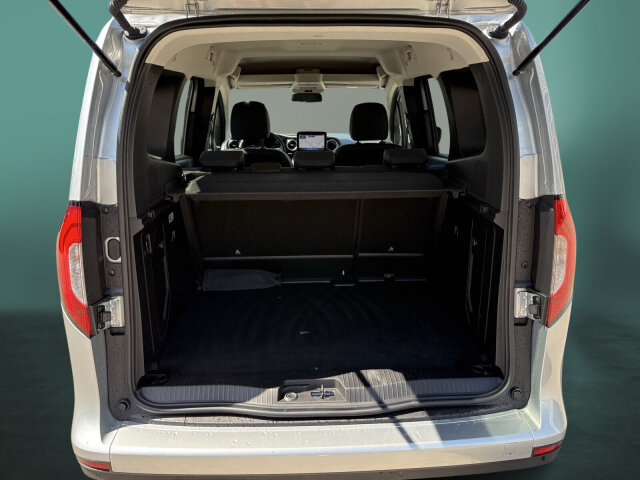 Interne Fahrzeugnr.:: 0924015Ausstattungslinien und -Pakete:  Advantage-Paket,   Aktives Sicherheits-Paket,   Chrom Interieur-Paket,   Edition,   Modellgeneration 0,   Navigation Paket,   Ohne Aufbauhersteller Sondermodul,   Ohne Paket BAUSTELLE,   Progressive,   Sondermodell,   Spiegel-Paket,   Technik-Paket,   Winter-PaketExterieur:  16" Leichtmetallräder,   40,6 cm (16'') LM-Räder im 10-Speichen-Design,   Abdeckung Schiebetürschiene in Wagenfarbe,   Ausführung Standard,   Außenspiegel elektr. heranklappbar u. verstellbar,   Außenspiegel lackiert in Wagenfarbe,   Dachreling mit integriertem Grundträger,   ECO Catalysator 90g,   Einstiegsleisten mit "Mercedes-Benz" Schriftzug,   EMISSIONSKLASSE EURO 6E M/N1 GR. II,   Fenster in Heckklappe mit Wisch- und Waschanlage,   Frontscheibe heizbar,   Gewichtsvariante 2.199 kg,   Griffleiste über Kennzeichen in Wagenfarbe,   Heckklappe,   Heckscheibe heizbar,   Inland - Code,   INTERNER CODE AC1B2,   Komplettfahrzeug,   Kältemittel R-1234yf,   Kühlergrill verchromt,   Laderaum-Schiebetür links mit Fenster,   LED High Performance-Scheinwerfer,   Modellgeneration GSR2B,   Nebelscheinwerfer in LED-Technik,   Ohne Ladekabel Traktionsbatterie E-Cell,   Ohne Staub-Kit,   Ohne Steinschlagschutz,   Premium Komplettradschutz (3 Jahre),   Querträger für Anhängerkupplung,   Radstand 2716 mm,   Schiebetür rechts mit Fenster,   Standardwegausführung,   STEUERCODE - B2C Identifier,   Steuercode Umstellung WLTP,   Steuercode Vertrieb,   Steuercode Werk,   Türgriffe lackiert in Wagenfarbe,   Verbrenner,   VIN von außen sichtbar,   Wischwasserbehälter mit größerem Volumen,   Zierstab Heckklappe ChromInterieur:  Ambientebeleuchtung,   Armlehne mit Staufach,   Elektrische Fensterheber in Schiebetüren,   Fahrersitz höhenverstellbar mit Lordosestütze,   Fenster fest hinten,   Fensterheber vorn elektr. m. Komfortbedienfunktion,   Fondsitzbank FOLD &amp; LOAD 1/3 : 2/3 teilbar,   Gepäckraumabdeckung,   Gepäcksicherungsnetz,   Handschuhfach, Beifahrerseite, geschlossen,   Innenraumbeleuchtung in LED-Technik,   Innenraumspiegel,   Innenspiegel  automatisch abblendend,   Innenverkleidung gehobene Ausführung,   Klimatisierungsautomatik Thermotronic,   Klimazone 2 (gemäßigt),   Kopfstützen für Fahrgastraumsitze,   Kraftstofffilter mit Wasserabscheider,   Lederlenkrad,   Linkslenker,   Mit Gurt Mittelsitz Fond,   Mittelarmlehne ARTICO &amp; Türfelder NEOTEX,   Ohne Sitze in Reihe 3,   Schaltknauf Leder,   Sitzbezugsart Stoff,   Sitzheizung für Fahrer und Beifahrer,   Spiegel in Beifahrer-Sonnenblende,   Spiegel in Fahrer-Sonnenblende,   Steckdose 12 V im Fahrgastraum,   Steckdose 12 V Kofferraum / Laderaum,   Tachometer km/h,   Tasche an Fahrer- und Beifahrerrückenlehne,   Teilbelederte I-Tafel in Ledernachbildung ARTICO,   Teppichboden Fahrgastraum,   Teppichboden Kofferraum,   Tisch und beleuchtete Zierelemente an Rückenlehne,   Warmluftkanal zum Fahrgastraum,   Zierelemente Mattlack Seidenoptik silber,   Zierelement I-Tafel Hochglanzlack schwarzMultimedia:  2 USB Schnittstellen in Mittelkonsole hinten,   Digitales Extra: Erweiterte MBUX Funktionen,   Digitales Extra: Festplatten-Navigation,   Digitales Extra: Remote Services Plus,   Digitales Extra: Smartphone Integration,   Digitales Radio (DAB),   Kabelloses Ladesystem für mobile Endgeräte,   Kombiinstrument mit Farbdisplay,   Kommunikationsmodul (LTE) für digitale Dienste,   Live Traffic Information,   MBUX Multimediasystem und Navi mit 9,5 Zoll Display,   Mercedes-Benz Notrufsystem,   Navigation PLUS,   Sprache Kombiinstrument - deutsch,   Vorrüstung für Digitale ExtrasKomfort und Umwelt:  7-Gang-Automatikgetriebe,   Aktiver Park-Assistent,   Aktiver Spurhalte-Assistent,   ATTENTION ASSIST B,   Berganfahrhilfe,   Colorverglasung im Fond, Schwarzglas,   Diesel,   ECO Start-Stop Funktion,   Fernlichtassistent,   i-Size Kindersitzbefestigung,   Intelligenter Geschwindigkeitsassistent (ISA),   Keyless-Go,   Lenkradheizung,   Lenkrad in Neigung und Höhe verstellbar,   Licht- und Regensensor,   Mercedes-Benz Mobilo mit DSB und GgD,   Multifunktionslenkrad,   Partikelfilter,   Rückfahrkamera,   Tempomat,   Totwinkel-Assistent,   Zuheizer  elektrischSicherheit:  Airbag Fahrer und Beifahrer,   Aktiver Brems-Assistent,   Automatische Beifahrerairbag-Abschaltung,   Bremsanlage mit ABS und ASR,   elek. Feststellbremse,   Elektronisches Stabilitätsprogramm (ESP),   Gurtwarneinrichtung für Fahrer, Beifahrer und Fond,   Kindersicherung Türen und Fenster im Fahrgastraum,   Mittenairbag, Thorax-Sidebags, Windowbags v. + h.,   Ohne Einbruch-/Diebstahlwarnanlage,   Reifendrucküberwachung an VA u. HA, drahtlos.