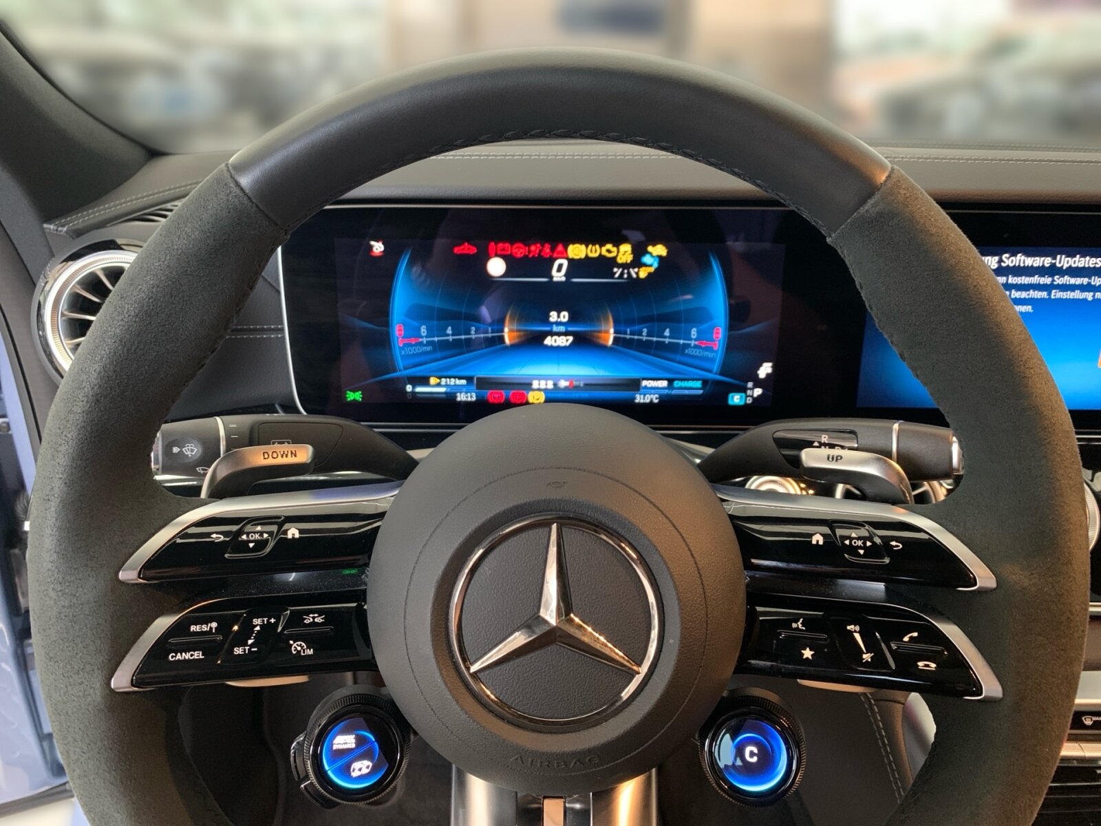 Ausstattungslinien und -Pakete:  Ablage-Paket,   AMG Night-Paket Exterieur:  Assistenz-Paket,   Memory-Paket:  Park-Paket mit Rückfahrkamera:  Spiegel-Paket:  V8-Styling-Paket ExterieurExterieur:  50,8 cm (20") AMG Leichtmetallräder im Vielspeichen-Design:  AMG-Fahrzeug-Baumuster Entry,   AMG DYNAMIC SELECT,   AMG Lichtinszenierung,   AMG Performance-Abgasanlage schaltbar,   AMG Ride Control Fahrwerk:  Außenspiegel elektrisch anklappbar:  Bremssättel silberfarben lackiert,   Fahrzeug mit Linkslenkung,   Fahrzeugschutzabdeckung,   Identifikationsschild mit VIN-Nummer,   Kraftstoffbehälter (80 Liter),   Mild Hybrid Antrieb,   Multibeam LED:  Scheibenwaschanlage beheizt,   Speed- und Loadindex 104Y XL +105Y XL,   Steuer-Code - Funktion GSR-ISA,   Steuercode Demo Car,   Steuercode Demo Car MIG,   Steuercode Umstellung WLTP mit RDE,   Wärmedämmend dunkel getöntes GlasInterieur:  Ambientebeleuchtung:  AMG Lenkradtasten,   AMG Performance Lenkrad in Leder Nappa / Mikrofaser MICROCUT,   Bedienungsanleitung und Serviceinformation - deutsch,   Beifahrersitz mit Gewichtserkennung WSS,   Doppelcupholder:  EASY-PACK Quickfold:  Fondsitzbank 3-sitzig,   Innenhimmel Stoff schwarz,   Klimatisierungsautomatik THERMATIC:  Polsterung Ledernachbildung ARTICO / Mikrofaser MICROCUT,   Serviceintervall 25.000 km:  Sitzheizung für Fahrer und Beifahrer,   Sitzheizung im Fond:  Touchpad:  Windowbags:  Zierelemente Klavierlackoptik schwarzMultimedia:  Android Auto:  Apple CarPlay:  Burmester® Surround-Soundsystem:  Digitales Extra: AMG TRACK PACE,   Digitales Extra: Erweiterte Funktionen MBUX,   Digitales Extra: Festplatten-Navigation,   Digitales Extra: MBUX Navigation Premium,   Digitales Extra: Remote Services Plus,   Digitales Extra: Smartphone Integration,   Digitales Extra: Vorrüstung für Live Traffic Information,   Digitales Extra: Vorrüstung für MBUX Entertainment,   Digitales Extra: Vorrüstung für Navigationsdienste,   Digitales Radio:  GPS-Antenne,   Head-Up Display:  Headunit Länderset für ECE (NTG 7),   Kommunikationsmodul (LTE) für die Nutzung von Mercedes me connect Diensten,   MBUX Multimediasystem:  Mercedes-Benz Notrufsystem:  Soundpersonalisierung,   Sprache Kombiinstrument - deutsch,   Techn. Kommunikationsmodulvariante für ECE,   Telefon-Antenne,   Vorrüstung für digitales Radio:  Widescreen Cockpit:Komfort und Umwelt:  360°-Kamera:  Adaptiver Fernlicht-Assistent Plus:  Aktiver Geschwindigkeitslimit-Assistent:  Aktiver Lenk-Assistent:  Aktiver Park-Assistent mit PARKTRONIC:  Aktiver Spurhalte-Assistent:  aktive Verstelldämpfung "Normally open",   AMG SPEEDSHIFT TCT 9G,   Digitales Extra: Verkehrszeichen-Assistent,   Easy-Pack Heckklappe:  Erweitertes automatisches Wiederanfahren im Stau,   Hands-Free Access,   i-Size Kindersitzbefestigung,   Keyless-Go,   Keyless-Go Komfort Paket,   Kraftstofftanksystem für EU6d-Norm:  Ottopartikelfilter:  Panoramadach:  Passive Personenanwesenheitserinnerung,   Softwaresteuerung für Kraftfrei in Stellung D,   Spiegel automatisch abblendend,   Streckenbasierte Geschwindigkeitsanpassung,   Totwinkel-Assistent:Sicherheit:  Aktiver Abstands-Assistent DISTRONIC:  Ausstiegswarnfunktion,   Deaktivierung Schließrückmeldung über Fanfare,   Einbruch- und Diebstahl-Warnanlage (EDW):  Fond-Sicherheitsgurt mit Gurtkraftbegrenzer,   Fondgurt-Statusanzeige im Kombiinstrument,   GUARD 360° Fahrzeugschutz Plus mit Digitalen Extras,   Innenraumabsicherung,   Innenraumabsicherung über Fahrzeughupe,   Kneebag:  Lenkradbedienung für Aktiven Abstands-Assistent DISTRONIC,   PRE-SAFE ® -System:  Rating Länderset EURO-NCAP,   Reifendruckkontrolle (RDK):  Sidebags für Fahrer und Beif. (komb.Thorax-/Pelvisbag),   Vorrüstung für GUARD 360° ServicesWeiteres:  CONTROL CODE WLTP 3RD ACT,   INDIVIDUALISIERUNG,   Kältemittel 1234yf,   LAND-SAMMLER FUER RED-ZERTIFIZIERUNG F. HU ECE,   Modelljahrcode,   Produktionsstandort Fahrzeug Valmet,   STEUERCODE - HERMES 2.1B - LANDSAMMLER,   STEUERCODE SPURKORREKTUR UEB. LENKEINGRIFF,   Steuercode Vertrieb  f. Code 475,   UMSTELLUNG AUF UN ECE R100 AENDERUNGSSTAND 3,   WIPPS-Laender WEU+COC.