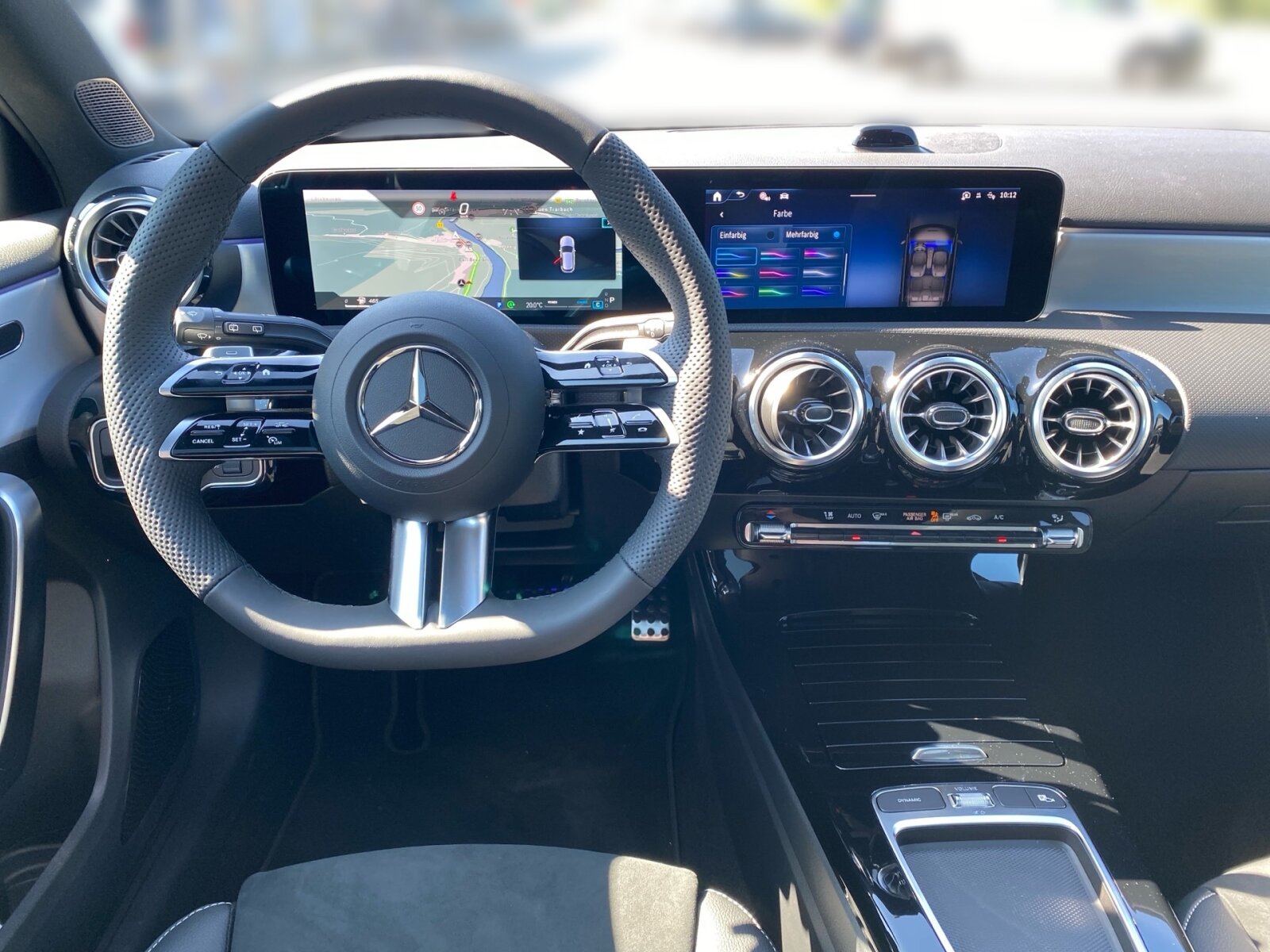 Ausstattungslinien und -Pakete:  Advanced-Plus-Paket,   AMG Line:  AMG Line Advanced Plus,   AMG Styling:  Digitales Extra: Individualisierungs-Paket,   Laderaum-Paket,   Licht- und Sicht-Paket:  Night-Paket:  Park-Paket mit 360 Grad-Kamera:  Sitzkomfort-Paket:  Special Edition,   Spiegel-Paket:  USB-Paket PlusExterieur:  48,3 cm (19) AMG Leichtmetallräder im Vielspeichen-Design,   AIRPANEL,   Außenspiegel elektrisch anklappbar:  Einstiegsleisten mit "Mercedes-Benz"  Schriftzug,   Fahrzeug mit Linkslenkung,   Hybrid Antrieb mit 48-Volt-Technologie,   Identifikationsschild mit VIN-Nummer,   Multibeam LED:  Radgröße 19" Rundum Variante 1,   Scheibenwaschanlage beheizt,   Scheibenwischer mit Regensensor,   SPEED- + LOADINDEX 93W XL,   Sportbremsanlage,   Sportlicher Motorsound:  Steuer-Code - Funktion GSR-ISA,   STEUERCODE-TECHNISCHE WEITERENTWICKLUNG AGGREGAT,   Steuercode Umstellung WLTP mit RDE,   Teilkühlerjalousie oben,   Wärmedämmend dunkel getöntes GlasInterieur:  4-Wege-Lordosenstütze,   12V-Steckdose im Gepäckraum,   Ablagefach in Mittelkonsole mit Rollo,   Ambientebeleuchtung:  Armlehne im Fond,   Bedienungsanleitung und Serviceinformation - deutsch,   Doppelcupholder:  Gepäcknetz an Fahrer- und Beifahrerlehne,   Innenhimmel Stoff schwarz,   Innenspiegel automatisch abblendend,   Klimatisierungsautomatik THERMATIC:  Serviceintervall 25.000 km:  Sitzheizung für Fahrer und Beifahrer,   Sitzlehnen im Fond klappbar:  Sonnenblende mit beleuchtetem Make-up-Spiegel,   Sportsitze:  Zierelemente Aluminium mit Längsschliff hellMultimedia:  Advanced Soundsystem,   Android Auto:  Apple CarPlay:  Central Media Display,   Digitales Extra: Erweiterte Funktionen MBUX,   Digitales Extra: Festplatten-Navigation,   Digitales Extra: MBUX Navigation Premium,   Digitales Extra: Remote Services,   Digitales Extra: Smartphone Integration,   Digitales Extra: Vorrüstung für Live Traffic Information,   Digitales Extra: Vorrüstung für MBUX Entertainment,   Digitales Extra: Vorrüstung für Navigationsdienste,   Digitales Radio:  GPS-Antenne,   Headunit Länderset für ECE (NTG 7),   Kabelloses Ladesystem für mobile Endgeräte vorn:  Kommunikationsmodul für die Nutzung von Mercedes connect me Diensten,   MBUX Multimediasystem:  Mercedes-Benz Notrufsystem:  Sprache Kombiinstrument - deutsch,   Techn. Kommunikationsmodulvariante für ECE,   Volldigitales Instrumenten-Display:  Vorrüstung für digitales Radio:Komfort und Umwelt:  7G-DCT:  360°-Kamera:  Abgasnorm EU6:  Adaptiver Fernlicht-Assistent Plus:  Aktiver Park-Assistent mit PARKTRONIC:  Aktiver Spurhalte-Assistent:  Direktlenkung,   Dynamic Select,   Galvanisierte Lenkradschaltpaddles,   Geschwindigkeitslimit-Assistent,   i-Size Kindersitzbefestigung,   Komfortfahrwerk mit Tieferlegung,   Kraftstofftanksystem für EU6d-Norm:  Lenkradheizung:  Mehrlenkerachse,   Multifunktions-Sportlenkrad in Leder Nappa:  Panorama-Schiebedach:  Passive Personenanwesenheitserinnerung,   Totwinkel-Assistent:  Vorrüstung für DISTRONICSicherheit:  Aktiver Brems-Assistent:  Ausstiegswarnfunktion,   Automatische Beifahrerairbag-Abschaltung,   Deaktivierung Schließrückmeldung über Fanfare,   Digitales Extra: Aktiver Abstands-Assistent DISTRONIC,   Fahrerbeobachtungskamera,   Fondgurt-Statusanzeige im Kombiinstrument,   Kneebag:  Lenkradbedienung für Aktiven Abstands-Assistent DISTRONIC,   Rating Länderset EURO-NCAP,   Reifendruckkontrolle (RDK):Weiteres:  COLDEND TECHNIK TYP 0,   HOTEND TECHNIK TYP II-A,   Kältemittel 1234yf,   LAND-SAMMLER FUER RED-ZERTIFIZIERUNG F. HU ECE,   Ledernachbildung ARTICO / Mikrofaser MICROCUT Polsterung Ledernachbildung ARTICO / Mikrofaser MICROC,   Modelljahrcode,   PRODUKTIONSSTANDORT FAHRZEUG RASTATT,   SC - UMSTELLUNG EDR-ORC (EREIGNISDATENSP. AIRBAG),   STEERING CODE - OUTPUT ACTIV AES-FLAG,   STEUERCODE SPURKORREKTUR UEB. LENKEINGRIFF,   Steuercode Vertrieb  f. Code 475,   WIPPS-Laender WEU+COC.