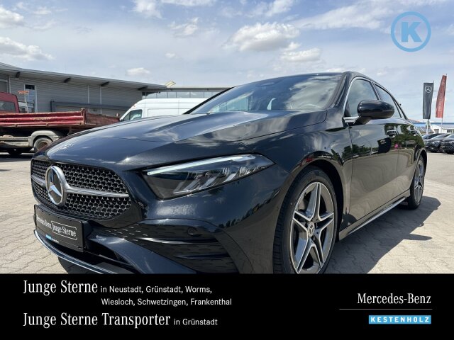 Interne Fahrzeugnr.:: 404681Ausstattungslinien und -Pakete:  AMG Line,   AMG Line Advanced Plus,   AMG Styling,   Laderaum-Paket,   Licht- und Sicht-Paket,   Park-Paket mit Rückfahrkamera,   Sitzkomfort-Paket,   Spiegel-Paket,   USB-Paket Plus,   Winter-PaketExterieur:  Außenspiegel elektrisch anklappbar,   LED High Performance-Scheinwerfer,   Mild Hybrid Antrieb,   Scheibenwaschanlage beheizt,   Scheibenwischer mit Regensensor,   VerbundlenkerachseInterieur:  4-Wege-Lordosenstütze,   12V-Steckdose im Gepäckraum,   Ablagefach in Mittelkonsole mit Rollo,   Ambientebeleuchtung,   Armlehne im Fond,   Doppelcupholder,   Gepäcknetz an Fahrer- und Beifahrerlehne,   Innenhimmel Stoff schwarz,   Innenspiegel automatisch abblendend,   Klimatisierungsautomatik THERMATIC,   Sitzheizung für Fahrer und Beifahrer,   Sitzlehnen im Fond klappbar,   Sonnenblende mit beleuchtetem Make-up-Spiegel,   SportsitzeMultimedia:  Android Auto,   Apple CarPlay,   Central Media Display,   Digitales Extra: Erweiterte Funktionen MBUX,   Digitales Extra: Festplatten-Navigation,   Digitales Extra: MBUX Navigation Premium,   Digitales Extra: Smartphone Integration,   Digitales Extra: Vorrüstung für Live Traffic Information,   Digitales Radio,   GPS-Antenne,   Kabelloses Ladesystem für mobile Endgeräte vorn,   MBUX Multimediasystem,   Mercedes-Benz Notrufsystem,   Volldigitales Instrumenten-DisplayKomfort und Umwelt:  Aktiver Park-Assistent mit PARKTRONIC,   Aktiver Spurhalte-Assistent,   Digitales Extra: Adaptiver Fernlicht-Assistent,   Digitales Extra: Verkehrszeichen-Assistent,   Direktlenkung,   Dynamic Select,   Galvanisierte Lenkradschaltpaddles,   Keyless-Go,   Komfortfahrwerk mit Tieferlegung,   Lenkradheizung,   Multifunktions-Sportlenkrad in Leder Nappa,   Passive Personenanwesenheitserinnerung,   Rückfahrkamera,   Vorrüstung für DISTRONICSicherheit:  Aktiver Brems-Assistent,   Automatische Beifahrerairbag-Abschaltung,   Fingerabdrucksensor,   Fußgängerschutz,   Kneebag,   TIREFITWeiteres:  Advanced-Plus-Paket mit Digitalen Extras.