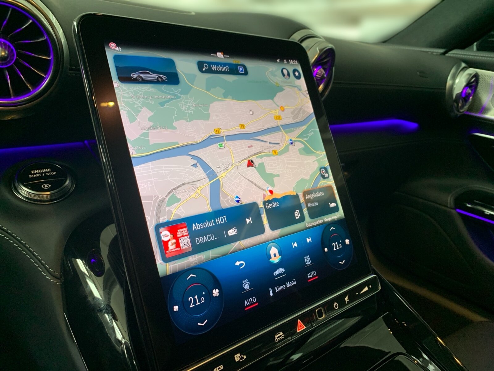 Ausstattungslinien und -Pakete:  AMG Aerodynamik-Paket,   AMG DYNAMIC PLUS Paket,   AMG Night-Paket:  ENERGIZING Paket Plus,   Fahrassistenz-Paket:  Laderaum-Paket,   Memory-Paket:  Memory Park-Assistent,   Park-Paket mit Remote-Parkfunktionen,   Premium Plus,   Spiegel-Paket:  USB-Paket PlusExterieur:  50,8 cm (20") AMG Leichtmetallräder im 10-Doppelspeichen-Design,   AIRPANEL,   AMG ACTIVE RIDE CONTROL Fahrwerk,   AMG Bremssättel gelb lackiert,   AMG Einstiegsleisten mit "AMG" Schriftzug, beleuchtet und mit Wechselcover,   AMG Heckflügel feststehend,   AMG Hinterachs-Sperrdifferenzial elektronisch,   AMG Motorlager dynamisch,   Außenspiegel elektrisch anklappbar:  Designschlüssel mit Chromapplikationen,   DIGITAL LIGHT mit Projektionsfunktion,   Fahrzeug mit Linkslenkung,   Hintere Sensoren für Spurhalte-Assistent,   Lichtinszenierung AMG (Seitenschweller mit Projektionsfunktion),   MAGIC VISION CONTROL,   Motor-Restwärmenutzung,   Motorsound-System (AMG Real Performance Sound),   Produktschutz Teilschutz,   Projektionsfunktion von Symbolen,   Radgroesse 20" Mischbereifung Variante 2 AMG,   SPEED+ - LOADINDEX 105 Y XL + 107 Y XL,   Steuer-Code - Funktion GSR-ISA,   Steuercode Demo Car,   Steuercode Demo Car MIG,   Steuercode Umstellung WLTP mit RDE,   Vorrüstung für Projektionsfunktion Animationen,   Vorrüstung für Projektionsfunktion Symbole,   Wärmedämmend dunkel getöntes GlasInterieur:  Ambientebeleuchtung:  AMG Lenkradtasten,   AMG Performance Lenkrad in Leder Nappa:  AMG Zierelemente in Schwarz hochglänzend,   Bedienungsanleitung und Serviceinformation - deutsch,   Beifahrersitz mit Gewichtserkennung,   Cupholder,   Fondsitze mit umklappbaren Sitzlehnen,   Klimatisierungsautomatik Thermotronic:  LEDER / NAPPA / SEMIANILIN,   MANUFAKTUR Innenhimmel Mikrofaser MICROCUT schwarz,   Multikontursitze für Fahrer und Beifahrer,   Sicherheitsgurte in Rot:  Sonnenblende ausziehbar,   Steckdose im KofferraumMultimedia:  AMG Track Pace:  Android Auto:  Apple CarPlay:  Burmester® Surround-Soundsystem:  Digitales Extra: Erweiterte Funktionen MBUX,   Digitales Extra: Festplatten-Navigation,   Digitales Extra: Remote Services Premium,   Digitales Extra: Smartphone Integration,   Digitales Extra: Vorrüstung für Live Traffic Information,   Digitales Extra: Vorrüstung für MBUX Entertainment Plus,   Digitales Extra: Vorrüstung für Navigationsdienste,   Digitales Radio:  Fahrerdisplay,   Head-Up Display:  Headunit Länderset für ECE (NTG 7),   Kabelloses Ladesystem für mobile Endgeräte vorn:  Kommunikationsmodul (LTE) für die Nutzung von Digitalen Extras,   MBUX Augmented Reality für Navigation:  MBUX Multimediasystem:  MBUX Navigation Premium,   Mercedes-Benz Notrufsystem:  Soundpersonalisierung,   Sprache Kombiinstrument - deutsch,   Techn. Kommunikationsmodulvariante für ECE,   Vorrüstung für digitalen Fahrzeugschlüssel für Smartphone,   Vorrüstung für digitales Radio:  Zentraldisplay:Komfort und Umwelt:  360°-Kamera:  Adaptiver Fernlicht-Assistent Plus:  Aktiver Geschwindigkeitslimit-Assistent:  Aktiver Park-Assistent:  Aktiver Spurhalte-Assistent:  Aktiver Spurwechselassistent,   AMG SPEEDSHIFT MCT 9G,   Ausweichunterstützung (Ausweichassistent),   Easy-Pack Heckklappe:  Erweitertes automatisches Wiederanfahren im Stau,   Fahrassistenz-System: Rettungsgassen-Assistent,   Hands-Free Access,   Hinterachslenkung:  i-Size Kindersitzbefestigung Beifahrersitz,   Innen- und Außenspiegel automatisch abblendend,   ISOFIX Kindersitzverankerungen:  KEYLESS-GO mit flächenbündigen Türgriffen,   KEYLESS-GO Start-Funktion:  Kraftstofftanksystem für EU6d-Norm:  Lenkradheizung:  MBUX Interieur-Assistent,   Nothalt-Assistent mit Hands-off Spurwechsel Software,   Panoramadach:  Passive Personenanwesenheitserinnerung,   Sitzklimatisierung für Fahrer und Beifahrer:  Streckenbasierte Geschwindigkeitsanpassung,   Verkehrszeichen-Assistent:Sicherheit:  AMG Hochleistungs- Verbundbremsanlage,   Deaktivierung Schließrückmeldung über Fanfare,   DISTRONIC PLUS inkl. BAS PLUS und PRE-SAFE® Bremse:  Distronic Plus Querunterstützung (DTR+Q),   Einbruch- und Diebstahlwarnanlage mit Vorrüstung für Kollisionserkennung:  Fingerabdrucksensor,   Fond-Sicherheitsgurt mit Gurtkraftbegrenzer,   Fondgurt-Statusanzeige im Instrumenten-Display,   GUARD 360° Fahrzeugschutz Plus,   Innenraumabsicherung,   Kneebag:  PRE-SAFE ® -System:  Rating Länderset EURO-NCAP,   Reifendruckkontrolle (RDK):  Sidebags:.