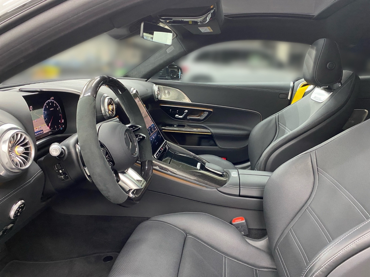 Getriebe: Automatikgetriebe 9 G-TRONIC, 9 G&auml;ngeAusstattungspakete: AMG Night-Paket,  SpiegelpaketAssistenzsysteme: Head-up-Display HUD,  Fernlichtassistent,  Aktiver Park-Assistent inkl. PARKTRONIC,  Surround-Kamerasystem,  DISTRONIC PLUS,  Berganfahrhilfe,  Spracheingabesystem,  M&uuml;digkeitserkennung,  Spurwechselassistent: aktiv,  Spurhalteassistent mit aktivem Lenk-Assistent,  Fahrerassistenzpaket,  COLLISION PREVENTION ASSIST,  Verkehrszeichenerkennung m. Geschwindigkeitslimit-AssistentLicht und Sicht: Digital Light,  Tagfahrlicht,  Automatisch abblendende Innen- und Au&szlig;enspiegel,  W&auml;rmeschutzverglasung,  Ambientebeleuchtung,  Lichtsensor,  MAGIC VISION CONTROLAudio &amp; Kommunikation: MBUX,  Navigationssystem,  Radio: Vorr&uuml;stung f&uuml;r digitales Radio,  Digitaler Radioempfang DAB,  Burmester Surround-Soundsystem,  USB Anschluss,  Handyvorbereitung Bluetooth,  Android Auto u. Apple CarPlay,  Kabelloses Laden f&uuml;r Handys,  WLAN HotspotKomfort: Klimaautomatik,  Panoramadach,  Fahrersitz elektrisch,  Memoryfunktion Fahrersitz,  Sitzheizung Fahrer/Beifahrer,  Multikontursitze,  Armauflage Fahrer/Beifahrer,  Servolenkung,  Lenks&auml;ule verstellbar,  Keyless-Start,  Start-Stopp System,  Zentralverriegelung,  Fensterheber elektrisch,  EASY-PACK Heckklappe,  Sitzklimatisierung vorn,  Getr&auml;nkehalterInterieur: Sitze Leder Leder Nappa schwarz,  Innenfarbe schwarz,  Multifunktionslenkrad,  Lenkradheizung,  Bordcomputer,  R&uuml;cksitze klappbar: Fondsitze mit umklappbaren Sitzlehnen,  Dekoreinlagen: H73 AMG Zierelemente Carbon,  Lenkrad-SchaltwippenExterieur: Touchscreen Bedienung,  Differentialsperre hinten: elektronisch,  AMG Hochleistungs-Bremsanlage,  AMG Leichtmetallfelgen 21 Zoll,  Au&szlig;enspiegel elekt. anklappbar,  Reifenpannenset,  Notrufsystem,  Stauassistent,  Rettungsgassen-Assistent,  Fahrzeugpersonalisierung,  AllradlenkungSicherheit: ISOFIX und i-Size Kindersitzbefestigung,  Fu&szlig;g&auml;ngerschutzsystem,  Fahrer- /Beifahrerairbag,  Seitenairbag vorn und hinten,  Knieairbag Fahrer,  Traktionskontrolle,  Elektr. Stabilit&auml;tsprogramm ESP,  Reifendruckkontrolle,  Diebstahlwarnanlage,  Wegfahrsperre,  Au&szlig;entemperatur Anzeige,  Antiblockiersystem ABS,  Bremsverschlei&szlig;anzeige,  Proaktives Insassenschutzsystem,  NotbremsassistentWeitere Ausstattung: 339 AMG Real Performance Sound,  01U Digitales Extra: Vorr&uuml;stung f&uuml;r Navigationsdienste,  KEYLESS-GO Start-Funktion,  34U Digitales Extra: Remote Services Premium,  1B3 Techn. Kommunikationsmodulvariante f&uuml;r ECE,  AMG Dynamic-Plus-Paket,  2U1 AIRPANEL,  N2T Steuercode Abgastest im Werk 067,  U94 AMG Heckfl&uuml;gel feststehend,  367 Digitales Extra: Vorr&uuml;stung f&uuml;r Live Traffic Information,  2U8 K&auml;ltemittel 1234yf,  6U6 AMG Tankdeckel,  Memory-Paket,  470 AMG ACTIVE RIDE CONTROL Fahrwerk,  B28 AMG Au&szlig;enspiegelgeh&auml;use in Carbon-Design,  AMG Aerodynamik-Paket,  805 Modelljahrcode,  P82 GUARD 360&deg; Fahrzeugschutz Plus,  AMG Track Pace,  773 AMG Carbon-Paket Exterieur,  896 Vorr&uuml;stung f&uuml;r digitalen Fahrzeugschl&uuml;ssel f&uuml;r Smartphone,  383 Kommunikationsmodul (LTE) f&uuml;r die Nutzung von Digitalen Extras,  5U6 Schwarz lackierte K&uuml;hlerlamellen,  Laderaum-Paket,  272 Ausweichunterst&uuml;tzung,  42U Vorr&uuml;stung f&uuml;r Projektionsfunktion Symbole,  30U Projektionsfunktion von Symbolen,  6P5 Steuercode Vertrieb  f. Code 475,  82V Speed- und Loadindex 103W + 107W,  0U1 Headunit L&auml;nderset f&uuml;r ECE (NTG 7),  K14 Serviceintervall 20.000 KM,  321 Fingerabdruck Scanner,  43U Vorr&uuml;stung f&uuml;r Projektionsfunktion Animationen,  7S8 CONTROL CODE WLTP 3RD ACT,  PRE-SAFE-System,  U69 AMG Bremss&auml;ttel gelb lackiert,  K31 Ger&auml;uschvorschrift nach ECE R51-3,  P53 ENERGIZING AIR CONTROL,  464 Fahrerdisplay,  588 Lichtinszenierung mit AMG Pattern,  502 Multi Year Update for COMAND,  986 Identifikationsschild mit VIN-Nummer,  61U MANUFAKTUR Innenhimmel Mikrofaser MICROCUT schwarz,  7U8 Typkennzeichen auf Heckdeckel und Kotfl&uuml;geln in Hochglanzschwarz,  868 Zentraldisplay,  160 Designschl&uuml;ssel mit Chromapplikationen,  Gebrauchtwagensiegel: Junge SterneSonstige Ma&szlig;e und Gewichte: Nutzlast: 190 kg,  zul&auml;ssiges Gesamtgewicht: 2.290 kg,  Radstand: 2.700 mm24 Monate Garantie ab Erstzulassung. Fahrzeug hat Haltedauer. Liefertermin in Abstimmung mit dem Verk&auml;ufer. Irrt&uuml;mer und &Auml;nderungen vorbehalten
