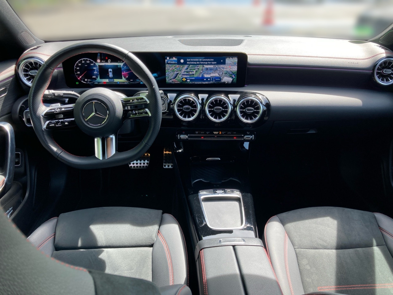 Getriebe: Automatikgetriebe 7G-DCT, 7 G&auml;ngeAusstattungslinie: AMG Line Exterieur: Advanced Plus,  AMG Line InterieurAusstattungspakete: Winterpaket,  AMG Sportpaket,  Komfort Paket: Sitzkomfort-Paket,  Night-Paket,  Licht- und Sichtpaket,  SpiegelpaketAssistenzsysteme: Fernlichtassistent,  Aktiver Park-Assistent inkl. PARKTRONIC,  Surround-Kamerasystem: Park-Paket mit 360&deg;-Kamera,  DISTRONIC,  Berganfahrhilfe,  Spracheingabesystem,  M&uuml;digkeitserkennung,  Spurhalteassistent,  Bremsassistent,  COLLISION PREVENTION ASSIST,  Verkehrszeichenerkennung,  GespannstabilisierungLicht und Sicht: Multibeam LED Scheinwerfer,  Tagfahrlicht,  Regensensor,  Automatisch abblendender Innenspiegel,  W&auml;rmeschutzverglasung,  Ambientebeleuchtung mehrfarbig,  LichtsensorAudio &amp; Kommunikation: MBUX,  Navigationssystem,  Radio,  Multi-Funktions-Display,  Digitaler Radioempfang DAB,  USB Anschluss,  Mercedes connect me,  Handyvorbereitung Bluetooth,  Android Auto u. Apple CarPlay,  Kabelloses Laden f&uuml;r Handys,  WLAN HotspotKomfort: Digitales Kombiinstrument,  Klimaautomatik,  Lordosenst&uuml;tze Fahrer/Beifahrer,  Sitzheizung Fahrer/Beifahrer,  Sportsitze,  Armauflage hinten,  Direktlenkung,  Lenks&auml;ule verstellbar,  HANDS-FREE ACCESS,  Start-Stopp System,  Zentralver. mit Fernbedienung,  Fensterheber elektrisch,  EASY-PACK Heckklappe,  DYNAMIC SELECT,  Getr&auml;nkehalter vornInterieur: Sitze Kunstleder Ledernachbildung ARTICO / Mikrofaser MICROCUT schwarz,  Innenfarbe schwarz,  Multifunktions-Sport-/Lederlenkrad,  Lenkradheizung,  Bordcomputer,  R&uuml;cksitze klappbar,  Dekoreinlagen: Zierelemente Holz Linde schwarz offenporig,  Lenkrad-SchaltwippenExterieur: Anh&auml;ngerkupplung schwenkbar,  Touchscreen Bedienung,  Sportbremsanlage,  AMG Leichtmetallfelgen 18 Zoll,  Au&szlig;enspiegel elekt. anklappbar,  Reifenpannenset,  Notrufsystem,  FahrzeugpersonalisierungSicherheit: i-Size Kindersitzbefestigung,  Fu&szlig;g&auml;ngerschutzsystem,  Fahrer- /Beifahrerairbag,  Seitenairbag vorn und hinten,  Knieairbag Fahrer,  Traktionskontrolle,  Elektr. Stabilit&auml;tsprogramm ESP,  Reifendruckkontrolle,  Wegfahrsperre,  Au&szlig;entemperatur Anzeige,  Antiblockiersystem ABS,  Bremsverschlei&szlig;anzeige,  Notbremsassistent,  Totwinkel-AssistentWeitere Ausstattung: PDB Advanced-Plus-Paket mit  Digitalen Extras,  321 Fingerabdruck Scanner,  DB7 Edition AMG-LineSonstige Ma&szlig;e und Gewichte: Nutzlast: 520 kg,  zul&auml;ssiges Gesamtgewicht: 2.050 kg,  Radstand: 2.729 mm24 Monate Garantie ab Erstzulassung. Fahrzeug hat Haltedauer. Liefertermin in Abstimmung mit dem Verk&auml;ufer. Irrt&uuml;mer und &Auml;nderungen vorbehalten