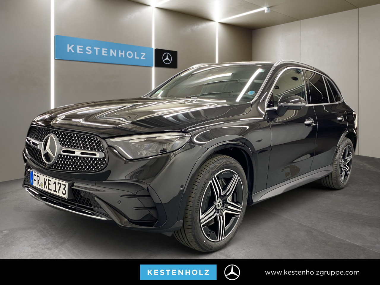 Getriebe: Automatikgetriebe 9 G-TRONIC, 9 G&auml;ngeAusstattungslinie: AMG Line Exterieur: Advanced Plus,  AMG Line InterieurAusstattungspakete: Winterpaket,  AMG Sportpaket,  Komfort Paket: Kofferraumkomfort-Paket, Komfort-Paket Plus mit Digitalem Extra,  Lichtpaket: Innenlichtpaket,  Ablagepaket,  Chrompaket,  SpiegelpaketAssistenzsysteme: Fernlichtassistent,  Aktiver Park-Assistent inkl. PARKTRONIC,  Surround-Kamerasystem: Park-Paket mit 360&deg;-Kamera,  DISTRONIC,  Berganfahrhilfe,  Spracheingabesystem,  M&uuml;digkeitserkennung,  Spurhalteassistent,  Bremsassistent,  COLLISION PREVENTION ASSIST,  ATTENTION ASSIST,  Verkehrszeichenerkennung,  GespannstabilisierungLicht und Sicht: Digital Light,  Tagfahrlicht,  Regensensor,  Automatisch abblendender Innenspiegel,  W&auml;rmeschutzverglasung,  Ambientebeleuchtung mehrfarbig,  LichtsensorAudio &amp; Kommunikation: MBUX,  Navigationssystem,  Radio,  Multi-Funktions-Display,  Digitaler Radioempfang DAB,  Soundsystem,  USB Anschluss,  Handyvorbereitung Bluetooth,  Android Auto u. Apple CarPlay,  Kabelloses Laden f&uuml;r Handys,  WLAN HotspotKomfort: Widescreen Cockpit,  Klimaautomatik,  Fahrer-/Beifahrersitz elektrisch,  Memoryfunktion Fahrersitz,  Lordosenst&uuml;tze Fahrer/Beifahrer,  Sitzheizung Fahrer/Beifahrer,  Sportsitze,  Armauflage Fahrer/Beifahrer,  Servolenkung,  Lenks&auml;ule verstellbar,  Keyless-Start,  Start-Stopp System,  Zentralver. mit Fernbedienung,  Fensterheber elektrisch,  EASY-PACK Heckklappe,  DYNAMIC SELECT,  Getr&auml;nkehalter vornInterieur: Sitze Kunstleder Ledernachbildung ARTICO / Mikrofaser MICROCUT schwarz,  Innenfarbe schwarz,  Multifunktions-Sport-/Lederlenkrad,  Lenkradheizung,  Bordcomputer,  R&uuml;cksitze klappbar,  Laderaumabdeckung: Easy Pack,  Dekoreinlagen: H64 Zierelemente Metallstruktur,  Lenkrad-SchaltwippenExterieur: AGILITY CONTROL Fahrwerk,  Anh&auml;ngerkupplung schwenkbar,  Touchscreen Bedienung,  AMG Leichtmetallfelgen 20 Zoll,  Au&szlig;enspiegel elekt. anklappbar,  Dachreling,  Reifenpannenset,  NotrufsystemAirbags: Mittelairbag vornSicherheit: i-Size Kindersitzbefestigung,  Fahrer- /Beifahrerairbag,  Seitenairbag vorn und hinten,  Knieairbag Fahrer,  Traktionskontrolle,  Elektr. Stabilit&auml;tsprogramm ESP,  Reifendruckkontrolle,  Wegfahrsperre,  Au&szlig;entemperatur Anzeige,  Antiblockiersystem ABS,  Bremsverschlei&szlig;anzeige,  Notbremsassistent,  Totwinkel-AssistentWeitere Ausstattung: PDB Advanced-Plus-Paket mit  Digitalen Extras,  321 Fingerabdrucksensor,  Memory-Paket,  DB7 Edition AMG-Line,  896 Digitales Extra: Vorr&uuml;stung f&uuml;r Digitalen Fahrzeugschl&uuml;ssel f&uuml;r Smartphone,  PVO Steuercode f&uuml;r Aktionierungssteuerung WLTPSonstige Ma&szlig;e und Gewichte: Nutzlast: 565 kg,  zul&auml;ssiges Gesamtgewicht: 2.550 kg,  Radstand: 2.888 mm24 Monate Garantie ab Erstzulassung. Fahrzeug hat Haltedauer. Liefertermin in Abstimmung mit dem Verk&auml;ufer. Irrt&uuml;mer und &Auml;nderungen vorbehalten