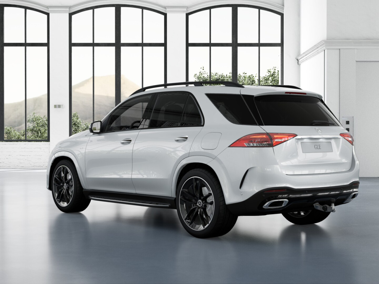 Getriebe: Automatikgetriebe 9 G-TRONIC, 9 G&auml;ngeDetailangaben f&uuml;r XEV Fahrzeug: Batterietechnologie: Lithium-Ionen,  Nutzbare Batteriekapazit&auml;t: 25,0kWhAusstattungslinie: AMG Line Exterieur,  AMG Line InterieurAusstattungspakete: Winterpaket,  AMG Sportpaket,  Komfort Paket: Vorr&uuml;stung f&uuml;r Konnektivit&auml;ts-Paket Navigation und Komfort,  Night-Paket,  Chrompaket,  SpiegelpaketAssistenzsysteme: Head-up-Display HUD,  Fernlichtassistent,  Aktiver Park-Assistent inkl. PARKTRONIC,  Surround-Kamerasystem: Park-Paket mit 360&deg;-Kamera,  Berganfahrhilfe,  Bergabfahrhilfe,  Spracheingabesystem,  M&uuml;digkeitserkennung,  Spurhalteassistent,  Bremsassistent,  Anh&auml;ngerrangierassistent,  COLLISION PREVENTION ASSIST,  Verkehrszeichenerkennung,  GespannstabilisierungLicht und Sicht: Multibeam LED Scheinwerfer,  Tagfahrlicht,  Automatisch abblendender Innenspiegel,  W&auml;rmeschutzverglasung,  Ambientebeleuchtung,  Lichtsensor,  MAGIC VISION CONTROLAudio &amp; Kommunikation: MBUX,  Navigationssystem,  Radio,  Digitaler Radioempfang DAB,  Burmester Surround-Soundsystem,  USB Anschluss,  Mercedes connect me,  Handyvorbereitung Bluetooth,  Android Auto u. Apple CarPlay,  WLAN HotspotKomfort: Widescreen Cockpit,  Klimaautomatik,  Panorama-Schiebedach,  Fahrer-/Beifahrersitz elektrisch,  Memoryfunktion Fahrersitz,  Lordosenst&uuml;tze Fahrer/Beifahrer,  Sitzheizung Fahrer/Beifahrer,  Armauflage Fahrer/Beifahrer,  Servolenkung,  Lenks&auml;ule verstellbar,  Keyless-Start,  Start-Stopp System,  Zentralver. mit Fernbedienung,  Fensterheber elektrisch,  EASY-PACK Heckklappe,  Fahrprofilauswahl,  VorklimatisierungInterieur: Sitze Leder Leder Nappa / Leder schwarz,  Innenfarbe schwarz,  Multifunktions-Sport-/Lederlenkrad,  Lenkradheizung,  Bordcomputer,  Laderaumabdeckung: Easy Pack,  Dekoreinlagen: H31 Zierelemente Holz Eiche anthrazit offenporig,  Lenkrad-SchaltwippenExterieur: AIRMATIC DC,  Anh&auml;ngerkupplung schwenkbar,  Touchscreen Bedienung,  AMG Leichtmetallfelgen 22 Zoll,  Au&szlig;enspiegel elekt. anklappbar,  Bremsenergier&uuml;ckgewinnung,  Reifenpannenset,  Notrufsystem,  Ladekabel Mode 2,  Trittbretter,  FahrzeugpersonalisierungSicherheit: i-Size Kindersitzbefestigung,  Fahrer- /Beifahrerairbag,  Kopfairbag vorn,  Seitenairbag vorn,  Knieairbag Fahrer,  Traktionskontrolle,  Elektr. Stabilit&auml;tsprogramm ESP,  Reifendruckkontrolle,  Wegfahrsperre,  Au&szlig;entemperatur Anzeige,  Antiblockiersystem ABS,  Bremsverschlei&szlig;anzeige,  Notbremsassistent,  Akustischer Umfeldschutz,  Totwinkel-AssistentWeitere Ausstattung: 2S0 Digitales Extra: Individualisierungs-Paket,  PDB Advanced-Plus-Paket mit  Digitalen Extras,  321 Fingerabdrucksensor,  38U Digitales Extra: Remote und Charging Services Plus,  273 Ausstiegswarnfunktion,  82B On-board AC-Lader bis 11 kW,  34U Digitales Extra: Remote Services Premium,  Memory-Paket,  PRE-SAFE-SystemSonstige Ma&szlig;e und Gewichte: Nutzlast: 580 kg,  zul&auml;ssiges Gesamtgewicht: 3.260 kg,  Radstand: 2.995 mm24 Monate Garantie ab Erstzulassung. Fahrzeug hat Haltedauer. Liefertermin in Abstimmung mit dem Verk&auml;ufer. Irrt&uuml;mer und &Auml;nderungen vorbehalten