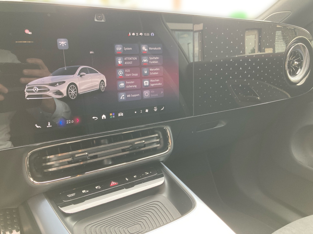 Getriebe: Automatikgetriebe, 8 G&auml;ngeAusstattungslinie: AMG Line InterieurAusstattungspakete: AMG Sportpaket,  Night-Paket,  SpiegelpaketAssistenzsysteme: Fernlichtassistent: Plus,  PARKTRONIC,  R&uuml;ckfahrkamera,  DISTRONIC,  Berganfahrhilfe,  Spracheingabesystem,  M&uuml;digkeitserkennung,  Spurhalteassistent,  Bremsassistent,  COLLISION PREVENTION ASSISTLicht und Sicht: Multibeam LED Scheinwerfer,  Tagfahrlicht,  W&auml;rmeschutzverglasung,  Ambientebeleuchtung,  LichtsensorAudio &amp; Kommunikation: MBUX,  Radio: Steuercode Funktion Radio Standard AM/FM,  Digitaler Radioempfang DAB,  AUX &amp; USB Anschluss,  Handyvorbereitung Bluetooth,  WLAN HotspotKomfort: THERMATIC,  Panoramadach,  Lordosenst&uuml;tze Fahrer,  Sitzheizung Fahrer/Beifahrer,  Sportsitze,  Armauflage hinten,  Servolenkung,  Lenks&auml;ule verstellbar,  Keyless-Go,  Start-Stopp System,  Zentralver. mit Fernbedienung,  Fensterheber elektrischInterieur: Sitze Kunstleder Ledernachbildung ARTICO Nappaoptik / Mikrofaser MICROCUT schwarz,  Innenfarbe schwarz,  Multifunktions-Sport-/Lederlenkrad,  Bordcomputer,  Dekoreinlagen: 42H Zierelemente Aluminium geb&uuml;rstet hell,  Lenkrad-SchaltwippenExterieur: Tieferlegung: Komfortfahrwerk mit Tieferlegung,  Touchscreen Bedienung,  AMG Leichtmetallfelgen 19 Zoll: im 5-Speichen-Design,  Au&szlig;enspiegel elekt.,  Reifenpannenset,  NotrufsystemAirbags: MittelairbagSicherheit: i-Size Kindersitzbefestigung,  Fu&szlig;g&auml;ngerschutzsystem,  Fahrer- /Beifahrerairbag,  Seitenairbag vorn und hinten,  Knieairbag Fahrer,  Traktionskontrolle,  Elektr. Stabilit&auml;tsprogramm ESP,  Reifendruckverlust-Warnung,  Wegfahrsperre,  Au&szlig;entemperatur Anzeige,  Antiblockiersystem ABS,  Bremsverschlei&szlig;anzeige,  Notbremsassistent,  Akustischer Umfeldschutz,  Totwinkel-AssistentWeitere Ausstattung: 98B Teilkuehlerjalousie oben,  18W PREPARATION - AUTOMATED PARKING ASSIST (APA),  1B3 Techn. Kommunikationsmodulvariante f&uuml;r ECE,  5B6 K&uuml;hlergrill beleuchtet mit Mercedes-Benz Pattern in Chrom,  K56 Geschwindigkeitslimit-Warnung,  2U1 AIRPANEL,  K59 Ausweichlenk-Funktion,  K58 Nothalt-Funktion,  2U8 K&auml;ltemittel 1234yf,  5S4 Steuer-Code Sitzpositionssensor Fahrer,  11W PREPARATION - EXTENDED TRAFFIC SIGN ASSIST (ETSA),  807 Modelljahrcode,  K61 Man&ouml;vrier-Assistent,  L Linkslenkung,  U20 12-V-Steckdose f&uuml;r Beifahrer,  896 Digitales Extra: Vorr&uuml;stung f&uuml;r Digitalen Fahrzeugschl&uuml;ssel f&uuml;r Smartphone,  12W PREPARATION - ACTIVE BLIND SPOT MONITORING (ABSM),  897 Kabelloses Ladesystem f&uuml;r mobile Endger&auml;te vorn,  U23 Sitzbelegungserkennung f&uuml;r Fondsitze,  4S0 HOTEND TECHNOLOGY TYP II-E,  25W PREPARATION - ACTIVE LANE CHANGE ASSIST (ALCA),  13W PREPARATION - ACTIVE LANE STEERING ASSIST (ALSA),  0S9 Steuer-Code Sitzpositionssensor Beifahrer,  0K2 STEERING CODE - OUTPUT ACTIV AES-FLAG,  8K0 Limiter,  6P5 Steuercode Vertrieb  f. Code 475,  0U1 Headunit L&auml;nderset f&uuml;r ECE (NTG 7),  K13 Serviceintervall 25.000 KM,  31W PREP. - AUTOMATIC SPEED CONTROL,  B01 Hybrid Antrieb mit 48-Volt-Technologie,  72B USB-Paket Plus,  PDB Advanced-Plus-Paket mit  Digitalen Extras,  28W PREP. - EXTENDED RESTART BY STOP AND GO TRAFFIC,  698 VISION CONTROL,  458 Fahrerdisplay,  20W PREPARATION - SURROUND VIEW SYSTEM (SVS),  219 Selfie- und Videokamera,  K34 Digitales Extra: Streckenbasierte Geschwindigkeits-Anpassung,  29W PREPARATION - SPEED ADJUSTMENT TRACK-BASED,  589 Umfeldbeleuchtung mit animierter Projektion des Mercedes-Benz Pattern,  2-fach,  502 Digitales Extra: 7 Jahre kostenfreie Karten-Updates,  986 Identifikationsschild mit VIN-Nummer,  SCH TRANSMISSION WINDSHIELD RANGE 1,  868 ZentraldisplaySonstige Ma&szlig;e und Gewichte: Nutzlast: 430 kg,  zul&auml;ssiges Gesamtgewicht: 2.135 kg,  Radstand: 2.790 mm24 Monate Garantie ab Erstzulassung. Fahrzeug hat Haltedauer. Liefertermin in Abstimmung mit dem Verk&auml;ufer. Irrt&uuml;mer und &Auml;nderungen vorbehalten