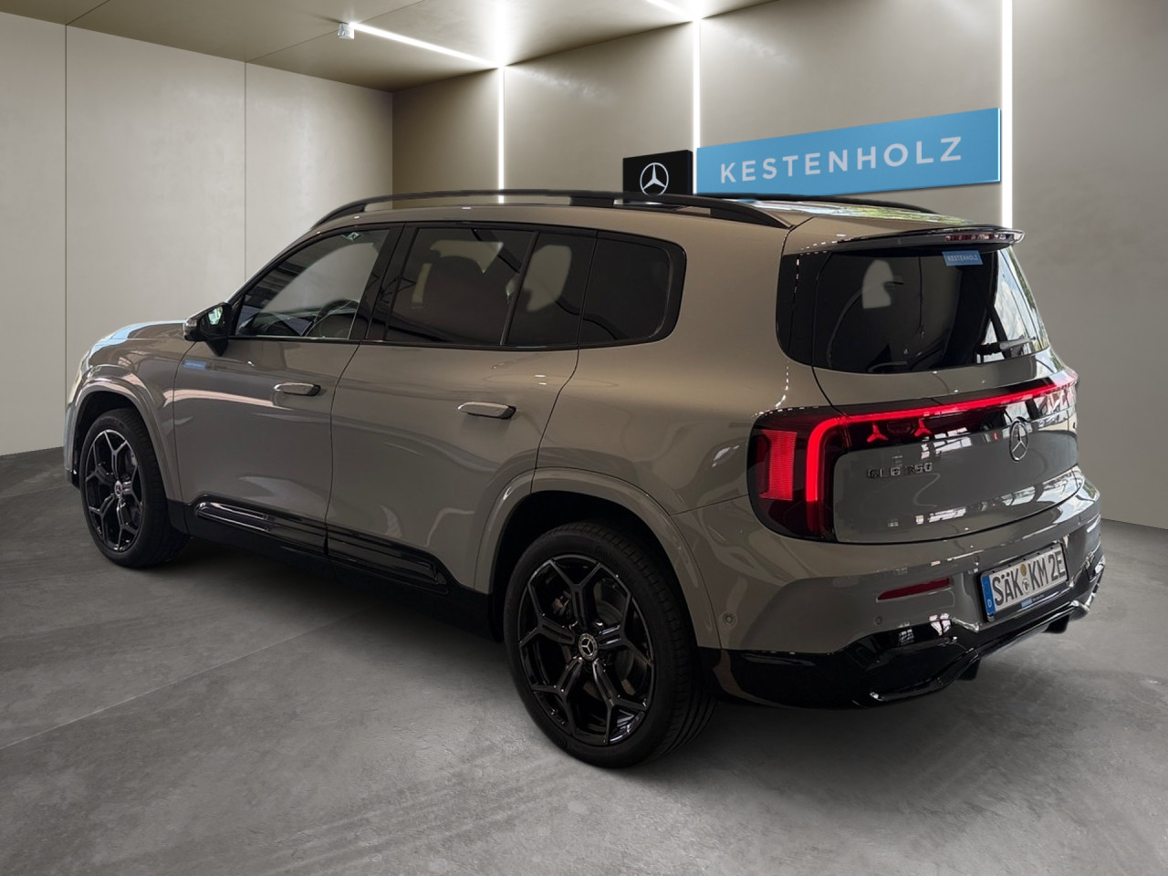 Getriebe: AutomatikgetriebeDetailangaben f&uuml;r XEV Fahrzeug: Batterietechnologie: Lithium-Ionen,  Nutzbare Batteriekapazit&auml;t: 85,0kWh,  Ladezeit (in Minuten): 540 (10% bis 100%),  Schnellladezeit (in Minuten): 22 (10% bis 80%)Ausstattungslinie: AMG Line Exterieur: AMG Line Plus,  AMG Line InterieurAusstattungspakete: AMG Sportpaket,  Premiumpaket,  Night-Paket,  SpiegelpaketAssistenzsysteme: Fernlichtassistent: Plus,  PARKTRONIC,  R&uuml;ckfahrkamera,  Adaptive Cruise Control ACC,  Berganfahrhilfe,  Spracheingabesystem,  M&uuml;digkeitserkennung,  Spurwechselassistent,  Spurhalteassistent,  Bremsassistent,  COLLISION PREVENTION ASSIST,  GespannstabilisierungLicht und Sicht: Multibeam LED Scheinwerfer,  Tagfahrlicht,  W&auml;rmeschutzverglasung,  Ambientebeleuchtung,  LichtsensorAudio &amp; Kommunikation: MBUX,  Radio: Steuercode Funktion Radio Standard AM/FM,  Digitaler Radioempfang DAB,  AUX &amp; USB Anschluss,  Handyvorbereitung Bluetooth,  WLAN HotspotKomfort: Klimaautomatik,  Panoramadach,  Memoryfunktion Fahrersitz,  Lordosenst&uuml;tze Fahrer,  Sitzheizung Fahrer/Beifahrer,  Sportsitze,  Armauflage hinten,  Servolenkung,  Lenks&auml;ule verstellbar,  HANDS-FREE ACCESS,  Start-Stopp System,  Zentralverriegelung,  Fensterheber elektrisch,  EASY-PACK Heckklappe,  W&auml;rmepumpeInterieur: Sitze Kunstleder Ledernachbildung ARTICO Nappaoptik / Mikrofaser MICROCUT schwarz,  Innenfarbe schwarz,  Multifunktions-Sport-/Lederlenkrad,  Bordcomputer,  Dekoreinlagen: H43 Zierelemente Aluminium mit Carbonschliff hell,  Lenkrad-SchaltwippenExterieur: Anh&auml;ngerkupplung schwenkbar,  Touchscreen Bedienung,  AMG Leichtmetallfelgen 20 Zoll: im 5-Doppelspeichen-Design,  Au&szlig;enspiegel elekt.,  Reifenpannenset,  NotrufsystemAirbags: MittelairbagSicherheit: i-Size Kindersitzbefestigung,  Fu&szlig;g&auml;ngerschutzsystem,  Fahrer- /Beifahrerairbag,  Seitenairbag vorn und hinten,  Knieairbag Fahrer,  Traktionskontrolle,  Elektr. Stabilit&auml;tsprogramm ESP,  Reifendruckverlust-Warnung,  Wegfahrsperre,  Au&szlig;entemperatur Anzeige,  Antiblockiersystem ABS,  Bremsverschlei&szlig;anzeige,  Notbremsassistent,  Akustischer Umfeldschutz,  Totwinkel-AssistentWeitere Ausstattung: 18W PREPARATION - AUTOMATED PARKING ASSIST (APA),  637 Flexibles Ladesystem Pro,  1B3 Techn. Kommunikationsmodulvariante f&uuml;r ECE,  99B aktive Verstelld&auml;mpfung Normally open,  63B Fahrzeugsteckdose,  K56 Geschwindigkeitslimit-Warnung,  K59 Ausweichlenk-Funktion,  2U1 AIRPANEL,  K58 Nothalt-Funktion,  2U8 K&auml;ltemittel 1234yf,  11W PREPARATION - EXTENDED TRAFFIC SIGN ASSIST (ETSA),  807 Modelljahrcode,  K61 Man&ouml;vrier-Assistent,  U1B Digitales Extra: Vorr&uuml;stung f&uuml;r MB.CHARGE Home Pro,  L Linkslenkung,  SW0 BATTERY SOFTWARE OUTPUT LEVEL BASIC,  U20 12-V-Steckdose f&uuml;r Beifahrer,  896 Digitales Extra: Vorr&uuml;stung f&uuml;r Digitalen Fahrzeugschl&uuml;ssel f&uuml;r Smartphone,  897 Kabelloses Ladesystem f&uuml;r mobile Endger&auml;te vorn,  12W PREPARATION - ACTIVE BLIND SPOT MONITORING (ABSM),  U23 Sitzbelegungserkennung f&uuml;r Fondsitze,  4B9 Flexibles Ladesystem Pro,  25W PREPARATION - ACTIVE LANE CHANGE ASSIST (ALCA),  13W PREPARATION - ACTIVE LANE STEERING ASSIST (ALSA),  8K0 Limiter,  Memory-Paket,  430 Terrain Mode,  EMC ELEKTROMOTOR VORNE - EATS-MODUL 1.6,  6P5 Steuercode Vertrieb  f. Code 475,  70V Speed- und Loadindex 100W XL+101W XL,  83B Gleichstrom-Ladesystem (DC-Laden zus&auml;tzlich mit 400 V),  0U1 Headunit L&auml;nderset f&uuml;r ECE (NTG 7),  K12 Steuercode f&uuml;r Serviceintervall,  166 Produktionsstandort Fahrzeug Kecskem&eacute;t,  567 Fondsitze l&auml;ngs verstellbar,  8U4 PTC-Batterie-Zuheizer f&uuml;r Hybrid/EV,  3K0 Mercedes Stern teilbeleuchtet,  3K1 Vorderer Kofferraum mechanisch,  31W PREP. - AUTOMATIC SPEED CONTROL,  84B On-board AC-Lader bis 22 kW,  72B USB-Paket Plus,  693 Gleichstrom-Ladesystem (DC-Laden mit 800 V),  04U Transparente Motorhaube,  28W PREP. - EXTENDED RESTART BY STOP AND GO TRAFFIC,  698 VISION CONTROL,  458 Fahrerdisplay,  20W PREPARATION - SURROUND VIEW SYSTEM (SVS),  219 Selfie- und Videokamera,  BAG EB5XY - BATTERIE,  K34 Digitales Extra: Streckenbasierte Geschwindigkeits-Anpassung,  29W PREPARATION - SPEED ADJUSTMENT TRACK-BASED,  589 Umfeldbeleuchtung mit animierter Projektion des Mercedes-Benz Pattern,  2-fach,  986 Identifikationsschild mit VIN-Nummer,  868 ZentraldisplaySonstige Ma&szlig;e und Gewichte: Nutzlast: 505 kg,  zul&auml;ssiges Gesamtgewicht: 2.780 kg,  Radstand: 2.889 mm24 Monate Garantie ab Erstzulassung. Fahrzeug hat Haltedauer. Liefertermin in Abstimmung mit dem Verk&auml;ufer. Irrt&uuml;mer und &Auml;nderungen vorbehalten