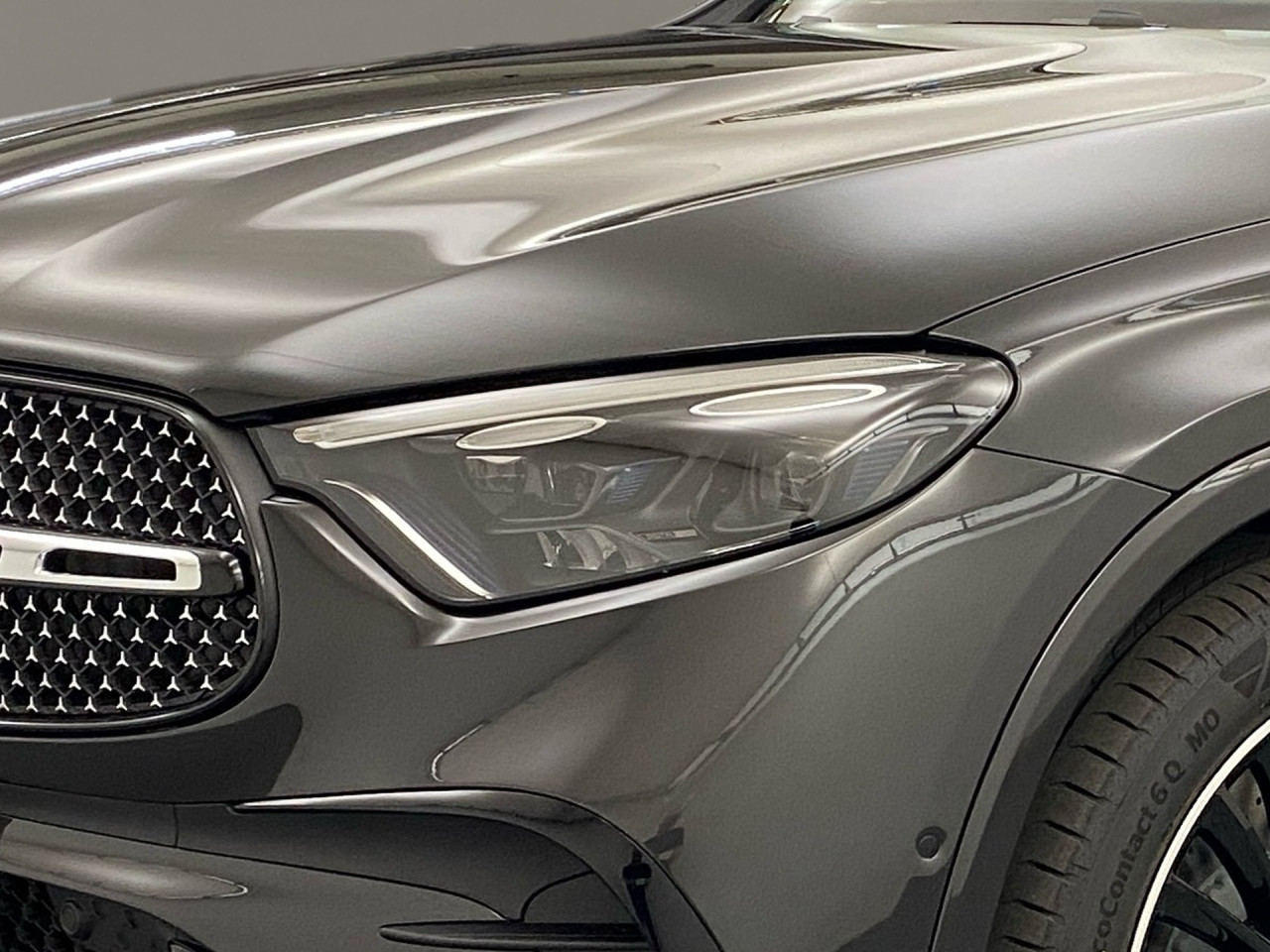 Getriebe: Automatikgetriebe 9 G-TRONIC, 9 G&auml;ngeAusstattungslinie: AMG Line Exterieur: Advanced Plus,  AMG Line InterieurAusstattungspakete: AMG Sportpaket,  Komfort Paket: Kofferraumkomfort-Paket,  Night-Paket,  Lichtpaket: Innenlichtpaket,  Ablagepaket,  Chrompaket,  SpiegelpaketAssistenzsysteme: Fernlichtassistent,  Aktiver Park-Assistent inkl. PARKTRONIC,  Surround-Kamerasystem: Park-Paket mit 360&deg;-Kamera,  DISTRONIC,  Berganfahrhilfe,  Spracheingabesystem,  M&uuml;digkeitserkennung,  Spurhalteassistent,  Bremsassistent,  COLLISION PREVENTION ASSIST,  ATTENTION ASSIST,  Verkehrszeichenerkennung,  GespannstabilisierungLicht und Sicht: Digital Light,  Tagfahrlicht,  Regensensor,  Automatisch abblendender Innenspiegel,  W&auml;rmeschutzverglasung,  Ambientebeleuchtung mehrfarbig,  LichtsensorAudio &amp; Kommunikation: MBUX,  Navigationssystem,  Radio,  Multi-Funktions-Display,  Digitaler Radioempfang DAB,  Soundsystem,  USB Anschluss,  Handyvorbereitung Bluetooth,  Android Auto u. Apple CarPlay,  Kabelloses Laden f&uuml;r Handys,  WLAN HotspotKomfort: Widescreen Cockpit,  Klimaautomatik,  Fahrer-/Beifahrersitz elektrisch,  Memoryfunktion Fahrersitz,  Lordosenst&uuml;tze Fahrer/Beifahrer,  Sitzheizung Fahrer/Beifahrer,  Sportsitze,  Armauflage Fahrer/Beifahrer,  Servolenkung,  Lenks&auml;ule verstellbar,  Keyless-Start,  Start-Stopp System,  Zentralver. mit Fernbedienung,  Fensterheber elektrisch,  EASY-PACK Heckklappe,  DYNAMIC SELECT,  Getr&auml;nkehalter vornInterieur: Sitze Kunstleder Ledernachbildung ARTICO / Mikrofaser MICROCUT schwarz,  Innenfarbe schwarz,  Multifunktions-Sport-/Lederlenkrad,  Bordcomputer,  R&uuml;cksitze klappbar,  Laderaumabdeckung: Easy Pack,  Dekoreinlagen: H08 Zierelemente Holz Linde linestructure anthrazit offenporig,  Lenkrad-SchaltwippenExterieur: AGILITY CONTROL Fahrwerk,  Anh&auml;ngerkupplung schwenkbar,  Touchscreen Bedienung,  AMG Leichtmetallfelgen 20 Zoll,  Au&szlig;enspiegel elekt. anklappbar,  Dachreling: schwarz,  Reifenpannenset,  NotrufsystemAirbags: MittelairbagSicherheit: i-Size Kindersitzbefestigung,  Fahrer- /Beifahrerairbag,  Seitenairbag vorn und hinten,  Knieairbag Fahrer,  Traktionskontrolle,  Elektr. Stabilit&auml;tsprogramm ESP,  Reifendruckkontrolle,  Wegfahrsperre,  Au&szlig;entemperatur Anzeige,  Antiblockiersystem ABS,  Bremsverschlei&szlig;anzeige,  Notbremsassistent,  Totwinkel-AssistentWeitere Ausstattung: DB7 Edition AMG-Line,  Memory-Paket,  321 Fingerabdrucksensor,  PDB Advanced-Plus-Paket mit  Digitalen Extras,  Gebrauchtwagensiegel: Junge SterneSonstige Ma&szlig;e und Gewichte: Nutzlast: 565 kg,  zul&auml;ssiges Gesamtgewicht: 2.550 kg,  Radstand: 2.888 mm24 Monate Garantie ab Erstzulassung. Fahrzeug hat Haltedauer. Liefertermin in Abstimmung mit dem Verk&auml;ufer. Irrt&uuml;mer und &Auml;nderungen vorbehalten