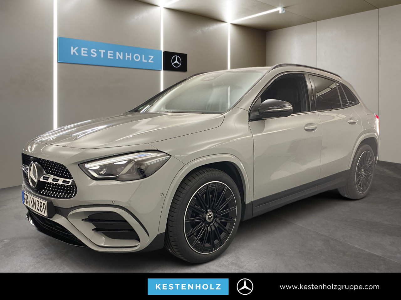 Getriebe: Automatikgetriebe 7G-DCT, 7 G&auml;ngeAusstattungslinie: AMG Line Exterieur,  AMG Line InterieurAusstattungspakete: AMG Sportpaket,  Komfort Paket: Sitzkomfort-Paket,  Night-Paket,  Licht- und Sichtpaket,  SpiegelpaketAssistenzsysteme: Fernlichtassistent,  Aktiver Park-Assistent inkl. PARKTRONIC: Park-Paket,  R&uuml;ckfahrkamera,  Berganfahrhilfe,  Spracheingabesystem,  M&uuml;digkeitserkennung,  Spurhalteassistent,  Bremsassistent,  COLLISION PREVENTION ASSIST,  Aufmerksamkeitsassistent,  Geschwindigkeitslimit-AssistentLicht und Sicht: Multibeam LED Scheinwerfer,  Tagfahrlicht,  Regensensor,  Automatisch abblendender Innenspiegel,  W&auml;rmeschutzverglasung,  Ambientebeleuchtung,  LichtsensorAudio &amp; Kommunikation: MBUX,  Navigationssystem,  Radio,  Digitaler Radioempfang DAB,  Soundsystem: Advanced,  USB Anschluss,  Mercedes connect me,  Handyvorbereitung Bluetooth,  Android Auto u. Apple CarPlay,  Kabelloses Laden f&uuml;r Handys,  WLAN HotspotKomfort: Digitales Kombiinstrument,  Klimaautomatik,  Lordosenst&uuml;tze Fahrer/Beifahrer,  Sitzheizung Fahrer/Beifahrer,  Sportsitze,  Armauflage Fahrer/Beifahrer,  Direktlenkung,  Lenks&auml;ule verstellbar,  Start-Stopp System,  Zentralver. mit Fernbedienung,  Fensterheber elektrisch,  EASY-PACK Heckklappe,  DYNAMIC SELECT,  Getr&auml;nkehalter vornInterieur: Sitze Kunstleder Ledernachbildung ARTICO / Mikrofaser MICROCUT schwarz,  Innenfarbe schwarz,  Multifunktions-Sport-/Lederlenkrad,  Bordcomputer,  R&uuml;cksitze klappbar,  Dekoreinlagen: H44 Zierelemente Aluminium mit L&auml;ngsschliff hell,  Lenkrad-SchaltwippenExterieur: Tieferlegung: Komfortfahrwerk mit Tieferlegung,  Touchscreen Bedienung,  Sportbremsanlage,  AMG Leichtmetallfelgen 20 Zoll,  Au&szlig;enspiegel elekt. anklappbar,  Dachreling: schwarz,  Reifenpannenset,  NotrufsystemSicherheit: i-Size Kindersitzbefestigung,  Fu&szlig;g&auml;ngerschutzsystem,  Fahrer- /Beifahrerairbag,  Seitenairbag vorn und hinten,  Knieairbag Fahrer,  Traktionskontrolle,  Elektr. Stabilit&auml;tsprogramm ESP,  Reifendruckkontrolle,  Wegfahrsperre,  Au&szlig;entemperatur Anzeige,  Antiblockiersystem ABS,  Bremsverschlei&szlig;anzeige,  Notbremsassistent,  Totwinkel-AssistentWeitere Ausstattung: 2S0 Digitales Extra: Individualisierungs-Paket,  362 Kommunikationsmodul f&uuml;r die Nutzung von Digitalen Extras,  Special Edition,  B01 Hybrid Antrieb mit 48-Volt-Technologie,  859 CENTRAL MEDIA DISPLAY,  K13 Serviceintervall 25.000 KM,  273 Ausstiegswarnfunktion,  Laderaum-Paket,  0K2 STEERING CODE - OUTPUT ACTIV AES-FLAG,  00U Digitales Extra: Remote Services,  Gebrauchtwagensiegel: Junge SterneSonstige Ma&szlig;e und Gewichte: Nutzlast: 500 kg,  zul&auml;ssiges Gesamtgewicht: 2.070 kg,  Radstand: 2.729 mm24 Monate Garantie ab Erstzulassung. Fahrzeug hat Haltedauer. Liefertermin in Abstimmung mit dem Verk&auml;ufer. Irrt&uuml;mer und &Auml;nderungen vorbehalten