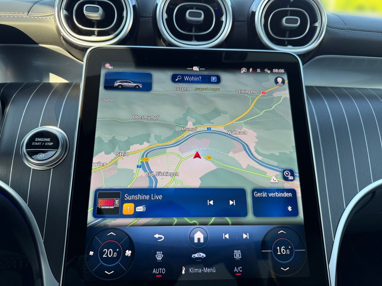 Getriebe: Automatikgetriebe 9 G-TRONIC, 9 G&auml;ngeAusstattungslinie: AMG Line Exterieur: Advanced Plus,  AMG Line InterieurAusstattungspakete: Winterpaket,  AMG Sportpaket,  Komfort Paket: Kofferraumkomfort-Paket,  Lichtpaket: Innenlichtpaket,  Ablagepaket,  Chrompaket,  SpiegelpaketAssistenzsysteme: Fernlichtassistent,  Aktiver Park-Assistent inkl. PARKTRONIC,  Surround-Kamerasystem: Park-Paket mit 360&deg;-Kamera,  DISTRONIC,  Berganfahrhilfe,  Spracheingabesystem,  M&uuml;digkeitserkennung,  Spurhalteassistent,  Bremsassistent,  COLLISION PREVENTION ASSIST,  ATTENTION ASSIST,  Verkehrszeichenerkennung,  GespannstabilisierungLicht und Sicht: Digital Light,  Tagfahrlicht,  Regensensor,  Automatisch abblendender Innenspiegel,  W&auml;rmeschutzverglasung,  Ambientebeleuchtung mehrfarbig,  LichtsensorAudio &amp; Kommunikation: MBUX,  Navigationssystem,  Radio,  Multi-Funktions-Display,  Digitaler Radioempfang DAB,  Soundsystem,  USB Anschluss,  Handyvorbereitung Bluetooth,  Android Auto u. Apple CarPlay,  Kabelloses Laden f&uuml;r Handys,  WLAN HotspotKomfort: Widescreen Cockpit,  Klimaautomatik,  Panorama-Schiebedach,  Fahrer-/Beifahrersitz elektrisch,  Memoryfunktion Fahrersitz,  Lordosenst&uuml;tze Fahrer/Beifahrer,  Sitzheizung Fahrer/Beifahrer,  Sportsitze,  Armauflage Fahrer/Beifahrer,  Servolenkung,  Lenks&auml;ule verstellbar,  Keyless-Start,  Start-Stopp System,  Zentralver. mit Fernbedienung,  Fensterheber elektrisch,  EASY-PACK Heckklappe,  DYNAMIC SELECT,  Getr&auml;nkehalter vornInterieur: Sitze Kunstleder Ledernachbildung ARTICO nevagrau / schwarz,  Innenfarbe grau,  Multifunktions-Sport-/Lederlenkrad,  Lenkradheizung,  Bordcomputer,  R&uuml;cksitze klappbar,  Laderaumabdeckung: Easy Pack,  Dekoreinlagen: H04 Zierelemente Holz schwarz offenporig aluminium lines,  Lenkrad-SchaltwippenExterieur: AGILITY CONTROL Fahrwerk,  Anh&auml;ngerkupplung schwenkbar,  Touchscreen Bedienung,  AMG Leichtmetallfelgen 19 Zoll,  Au&szlig;enspiegel elekt. anklappbar,  Dachreling,  Reifenpannenset,  NotrufsystemAirbags: MittelairbagSicherheit: i-Size Kindersitzbefestigung,  Fahrer- /Beifahrerairbag,  Seitenairbag vorn und hinten,  Knieairbag Fahrer,  Traktionskontrolle,  Elektr. Stabilit&auml;tsprogramm ESP,  Reifendruckkontrolle,  Wegfahrsperre,  Au&szlig;entemperatur Anzeige,  Antiblockiersystem ABS,  Bremsverschlei&szlig;anzeige,  Notbremsassistent,  Totwinkel-AssistentWeitere Ausstattung: Memory-Paket,  321 Fingerabdrucksensor,  PDB Advanced-Plus-Paket mit  Digitalen Extras,  896 Digitales Extra: Vorr&uuml;stung f&uuml;r Digitalen Fahrzeugschl&uuml;ssel f&uuml;r Smartphone,  DB7 Edition AMG-Line,  Gebrauchtwagensiegel: Junge SterneSonstige Ma&szlig;e und Gewichte: Nutzlast: 565 kg,  zul&auml;ssiges Gesamtgewicht: 2.550 kg,  Radstand: 2.888 mm24 Monate Garantie ab Erstzulassung. Fahrzeug hat Haltedauer. Liefertermin in Abstimmung mit dem Verk&auml;ufer. Irrt&uuml;mer und &Auml;nderungen vorbehalten