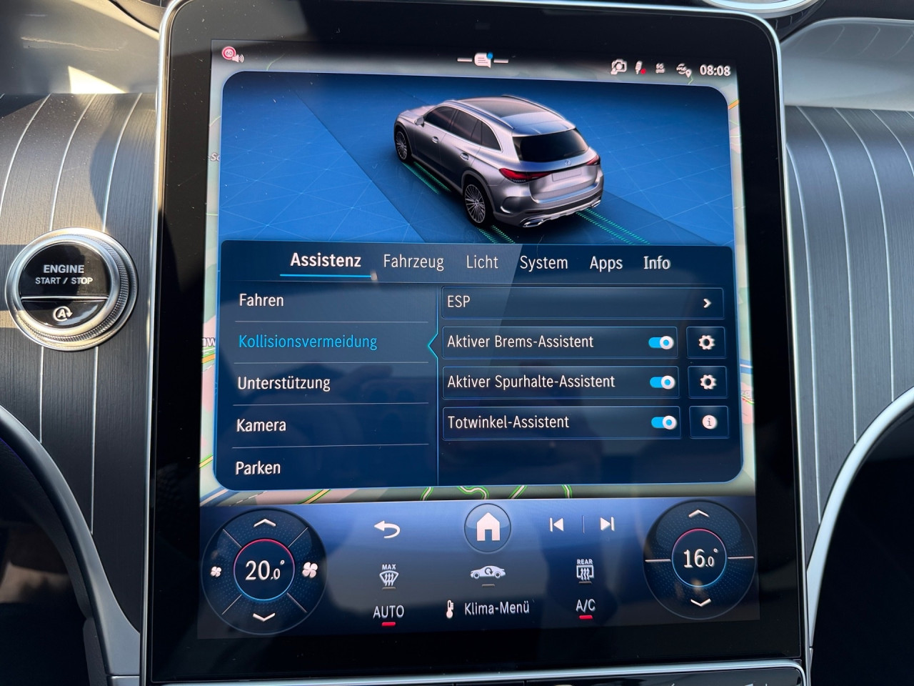 Getriebe: Automatikgetriebe 9 G-TRONIC, 9 G&auml;ngeAusstattungslinie: AMG Line Exterieur: Advanced Plus,  AMG Line InterieurAusstattungspakete: Winterpaket,  AMG Sportpaket,  Komfort Paket: Kofferraumkomfort-Paket,  Lichtpaket: Innenlichtpaket,  Ablagepaket,  Chrompaket,  SpiegelpaketAssistenzsysteme: Fernlichtassistent,  Aktiver Park-Assistent inkl. PARKTRONIC,  Surround-Kamerasystem: Park-Paket mit 360&deg;-Kamera,  DISTRONIC,  Berganfahrhilfe,  Spracheingabesystem,  M&uuml;digkeitserkennung,  Spurhalteassistent,  Bremsassistent,  COLLISION PREVENTION ASSIST,  ATTENTION ASSIST,  Verkehrszeichenerkennung,  GespannstabilisierungLicht und Sicht: Digital Light,  Tagfahrlicht,  Regensensor,  Automatisch abblendender Innenspiegel,  W&auml;rmeschutzverglasung,  Ambientebeleuchtung mehrfarbig,  LichtsensorAudio &amp; Kommunikation: MBUX,  Navigationssystem,  Radio,  Multi-Funktions-Display,  Digitaler Radioempfang DAB,  Soundsystem,  USB Anschluss,  Handyvorbereitung Bluetooth,  Android Auto u. Apple CarPlay,  Kabelloses Laden f&uuml;r Handys,  WLAN HotspotKomfort: Widescreen Cockpit,  Klimaautomatik,  Panorama-Schiebedach,  Fahrer-/Beifahrersitz elektrisch,  Memoryfunktion Fahrersitz,  Lordosenst&uuml;tze Fahrer/Beifahrer,  Sitzheizung Fahrer/Beifahrer,  Sportsitze,  Armauflage Fahrer/Beifahrer,  Servolenkung,  Lenks&auml;ule verstellbar,  Keyless-Start,  Start-Stopp System,  Zentralver. mit Fernbedienung,  Fensterheber elektrisch,  EASY-PACK Heckklappe,  DYNAMIC SELECT,  Getr&auml;nkehalter vornInterieur: Sitze Kunstleder Ledernachbildung ARTICO nevagrau / schwarz,  Innenfarbe grau,  Multifunktions-Sport-/Lederlenkrad,  Lenkradheizung,  Bordcomputer,  R&uuml;cksitze klappbar,  Laderaumabdeckung: Easy Pack,  Dekoreinlagen: H04 Zierelemente Holz schwarz offenporig aluminium lines,  Lenkrad-SchaltwippenExterieur: AGILITY CONTROL Fahrwerk,  Anh&auml;ngerkupplung schwenkbar,  Touchscreen Bedienung,  AMG Leichtmetallfelgen 19 Zoll,  Au&szlig;enspiegel elekt. anklappbar,  Dachreling,  Reifenpannenset,  NotrufsystemAirbags: MittelairbagSicherheit: i-Size Kindersitzbefestigung,  Fahrer- /Beifahrerairbag,  Seitenairbag vorn und hinten,  Knieairbag Fahrer,  Traktionskontrolle,  Elektr. Stabilit&auml;tsprogramm ESP,  Reifendruckkontrolle,  Wegfahrsperre,  Au&szlig;entemperatur Anzeige,  Antiblockiersystem ABS,  Bremsverschlei&szlig;anzeige,  Notbremsassistent,  Totwinkel-AssistentWeitere Ausstattung: Memory-Paket,  321 Fingerabdrucksensor,  PDB Advanced-Plus-Paket mit  Digitalen Extras,  896 Digitales Extra: Vorr&uuml;stung f&uuml;r Digitalen Fahrzeugschl&uuml;ssel f&uuml;r Smartphone,  DB7 Edition AMG-Line,  Gebrauchtwagensiegel: Junge SterneSonstige Ma&szlig;e und Gewichte: Nutzlast: 565 kg,  zul&auml;ssiges Gesamtgewicht: 2.550 kg,  Radstand: 2.888 mm24 Monate Garantie ab Erstzulassung. Fahrzeug hat Haltedauer. Liefertermin in Abstimmung mit dem Verk&auml;ufer. Irrt&uuml;mer und &Auml;nderungen vorbehalten
